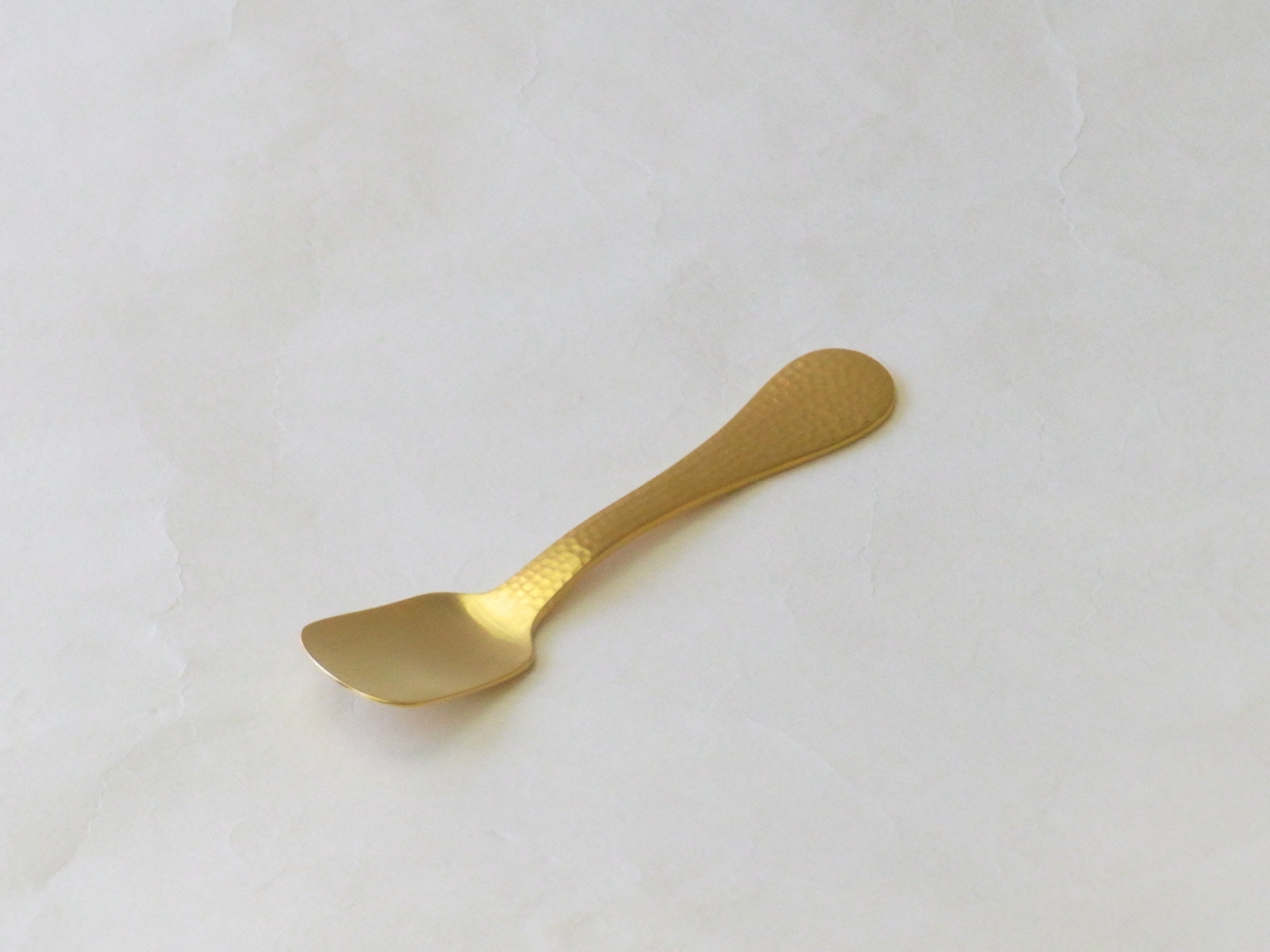 日本製 純銅 アイスクリーム専用スプーン 槌目 金メッキ | 小林漆陶 映える器ギャラリー 岐阜市| 日本一の漆陶器 茶道具の品揃えと在庫