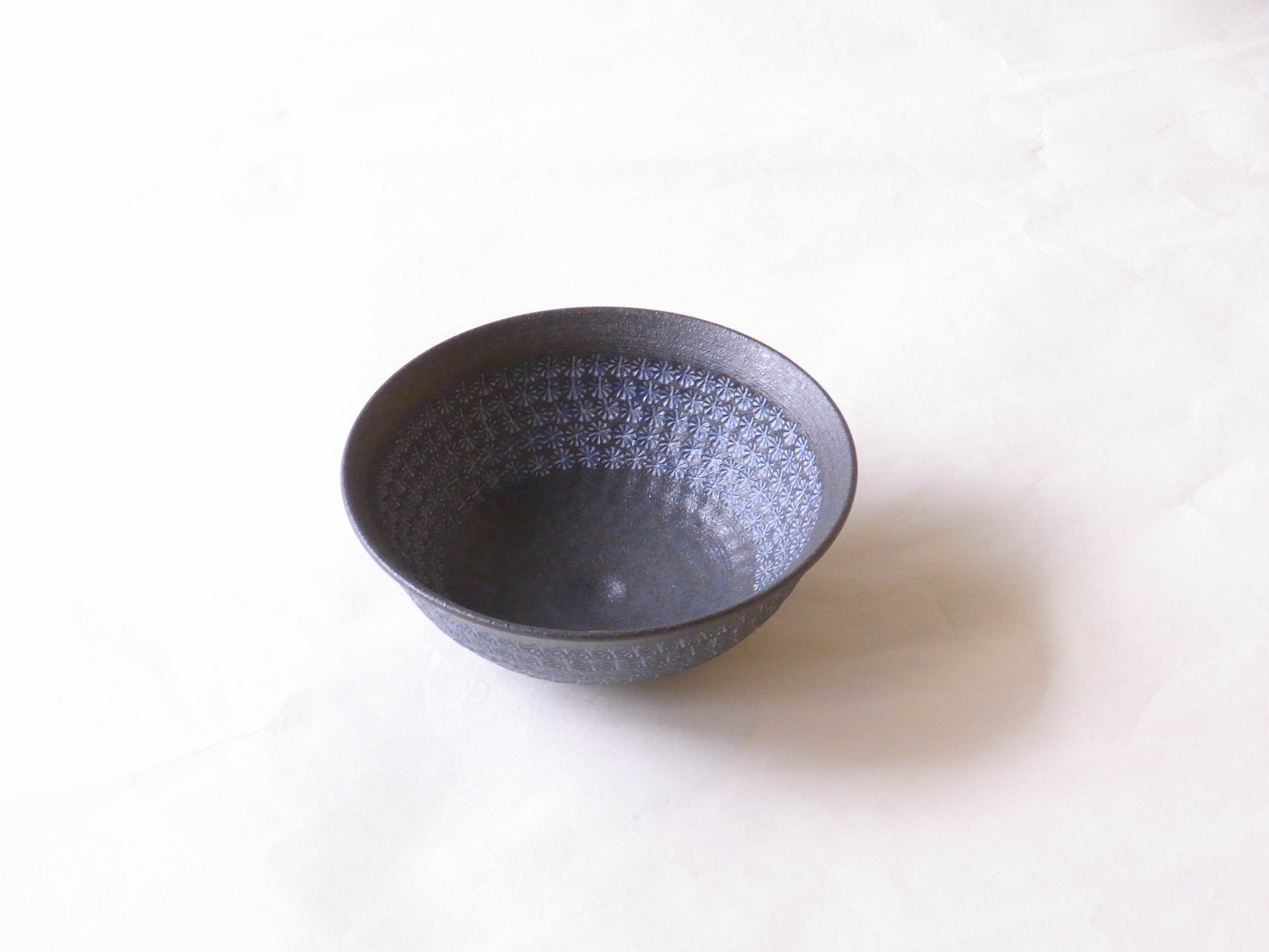 清水焼 南蛮三島詰 平茶碗（抹茶碗） | 小林漆陶 映える器ギャラリー 岐阜市| 日本一の漆陶器 茶道具の品揃えと在庫 | 漆器 陶器 茶華道具