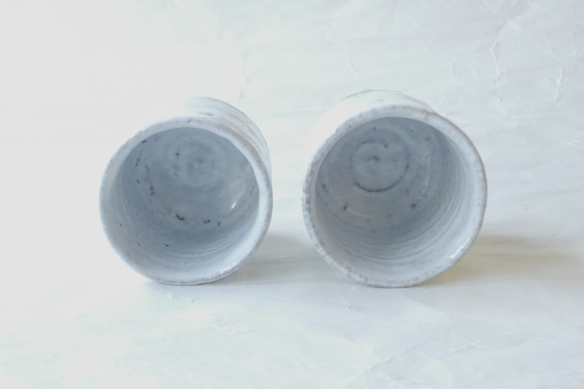 陶器　萩焼　白萩　組湯呑　粗めの土　ろくろ挽き　飲みやすい　ろくろ目　釉薬の裂け　力強い　厚み　どっしり　重厚感　土物のよさ　切り高台　萩特有　貫入　萩の七変化　日本製　和の器　食器　贈り物　ギフト　記念品　引出物　法要　お返し　専門店　リアル店舗　高品質　安らぎ　いやし　よりおいしく　安心　機能的　長持ち　人気　おすすめ　高機能　ネット通販　ネットショップ　セレクトショップ　欲しい　購入　買う　買い物　岐阜県　岐阜市　美殿町　小林漆陶　特別な　選び抜かれた　品質重視　使いやすい　格安　老舗　誕生日　結婚　出産　入学　退職　母の日　父の日　敬老の日　クリスマス　プレゼント　叙勲　長寿　新築　お祝い　御礼　内祝い　外国土産　海外みやげ　実店舗　使うと分かる　職人技 日本一の品揃え　日本一の在庫数　専門店　専門知識　百貨店にない　手作り　お洒落　高級品　希少価値　上質な器 伝統工芸品　コスパ　お値打ち　お買い得　堅牢　飽きない　永く使える　お気に入り　国産　料理が映える　満足感　豊かな食生活　豊かな食文化　こだわりの器　日本文化　他にない　ここにしかない　オリジナル　独自の　個性的　ここでしか買えない　超レアもの　一品もの　現品限り　入手困難　いい器　匠の技　美しい　実用的　外人が喜ぶ店　外人が珍しがる店　外人がうれしい店　日本各地の一級品を売る店　日本全国の器を売る店　本当にいいもの コスパ高い　一流品　修理　選りすぐりの逸品　周年記念　永年勤続表彰　退職記念　卒業記念　日本土産　岐阜土産　岐阜のおみやげ　岐阜の特産品　料理を引き立てる器　高級店　一流店　岐阜で一番　東海で一番　中部で一番　日本で一番　おしゃれな店　地域一番店