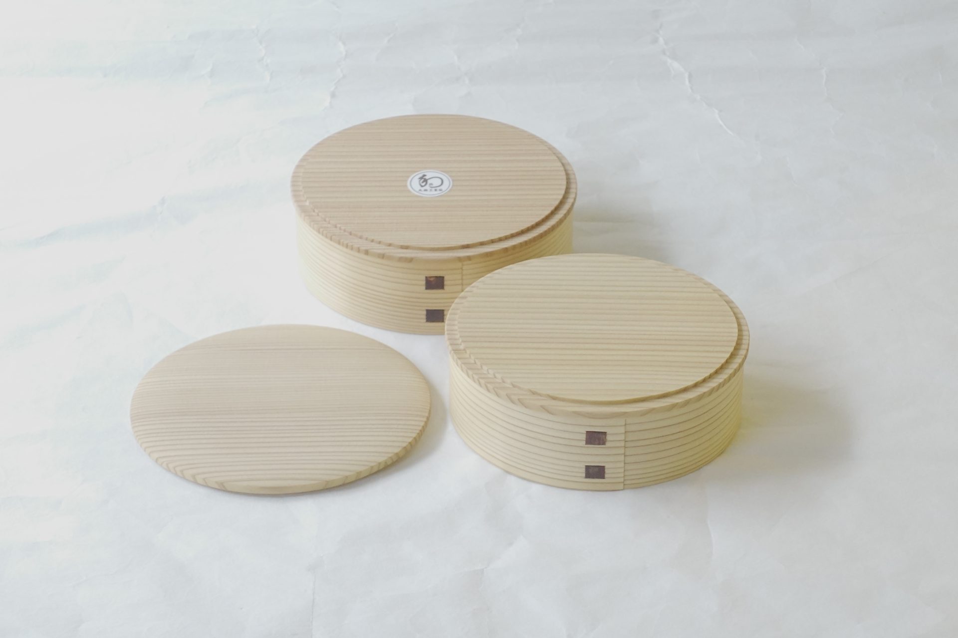 漆器　秋田杉　伝統工芸品　曲げわっぱ　弁当箱　吸湿性　方向　殺菌効果　機能性　ご飯　美味しく感じる　適度な湿度　ハイテク素材　より安全に　柾目　厳選された素材　手づくり　高い技術　手間　女性向き　かわいらしい　詰めやすい　扱いやすい　お洒落　機能的　高級日本製　和の器　食器　贈り物　ギフト　記念品　引出物　法要　お返し　専門店 リアル店舗　高品質　安らぎ　いやし　よりおいしく　安心　機能的　長持ち　人気　おすすめ　高機能　ネット通販　ネットショップ　セレクトショップ　欲しい　購入　買う　買い物　岐阜県　岐阜市　美殿町　小林漆陶　特別な　選び抜かれた　品質重視　使いやすい　格安　老舗　誕生日　結婚　出産　入学　退職　母の日　父の日　敬老の日　クリスマス　プレゼント　叙勲　長寿　新築　お祝い　御礼　内祝い　外国土産　海外みやげ　実店舗　使うと分かる　職人技 日本一の品揃え　日本一の在庫数　専門知識　百貨店にない　手作り　お洒落　高級品　希少価値　上質な器 伝統工芸品　コスパ　お値打ち　お買い得　堅牢　飽きない　永く使える　お気に入り　国産　料理が映える　満足感　豊かな食生活　豊かな食文化　こだわりの器　日本文化　他にない　ここにしかない　オリジナル　独自の　個性的　ここでしか買えない　超レアもの　一品もの　現品限り　入手困難　いい器　匠の技　美しい　実用的　外人が喜ぶ店　外人が珍しがる店　外人がうれしい店　日本各地の一級品を売る店　日本全国の器を売る店　本当にいいもの コスパ高い　一流品　修理　選りすぐりの逸品　周年記念　永年勤続表彰　退職記念　卒業記念　日本土産　岐阜土産　岐阜のおみやげ　岐阜の特産品　料理を引き立てる器　高級店　一流店　岐阜で一番　東海で一番　中部で一番　日本で一番　おしゃれな店　地域一番店　