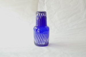 日本製 ガラス 冠水瓶 蓋付 水瓶 グラス 清潔 体裁が良い 喉を潤す 水分補給 血液サラサラ 自家用 来客用 色被せガラス 手づくり 手間がかかっている 人にやさしい 日本製 和の器 食器 贈り物 ギフト 記念品 引出物 法要 お返し 専門店 リアル店舗 高品質 安らぎ いやし よりおいしく 安心 機能的 長持ち 人気 おすすめ 高機能 ネット通販 ネットショップ セレクトショップ 欲しい 購入 買う 買い物 岐阜県 岐阜市 美殿町 小林漆陶 特別な 選び抜かれた 品質重視 使いやすい 格安 老舗 誕生日 結婚 出産 入学 退職 母の日 父の日 敬老の日 クリスマス プレゼント 叙勲 長寿 新築 お祝い 御礼 内祝い 外国土産 海外みやげ 実店舗 使うと分かる 職人技 日本一の品揃え 日本一の在庫数 専門知識 百貨店にない 手作り お洒落 高級品 希少価値 上質な器 伝統工芸品 コスパ お値打ち お買い得 堅牢 飽きない 永く使える お気に入り 国産 料理が映える 満足感 豊かな食生活 豊かな食文化 こだわりの器 日本文化 他にない ここにしかない オリジナル 独自の 個性的 ここでしか買えない 超レアもの 一品もの 現品限り 入手困難 いい器 匠の技 美しい 実用的 外人が喜ぶ店 外人が珍しがる店 外人がうれしい店 日本各地の一級品を売る店 日本全国の器を売る店 本当にいいもの コスパ高い 一流品 修理 選りすぐりの逸品 周年記念 永年勤続表彰 退職記念 卒業記念 日本土産 岐阜土産 岐阜のおみやげ 岐阜の特産品 料理を引き立てる器 高級店 一流店 岐阜で一番 東海で一番 中部で一番 日本で一番 おしゃれな店 地域一番店