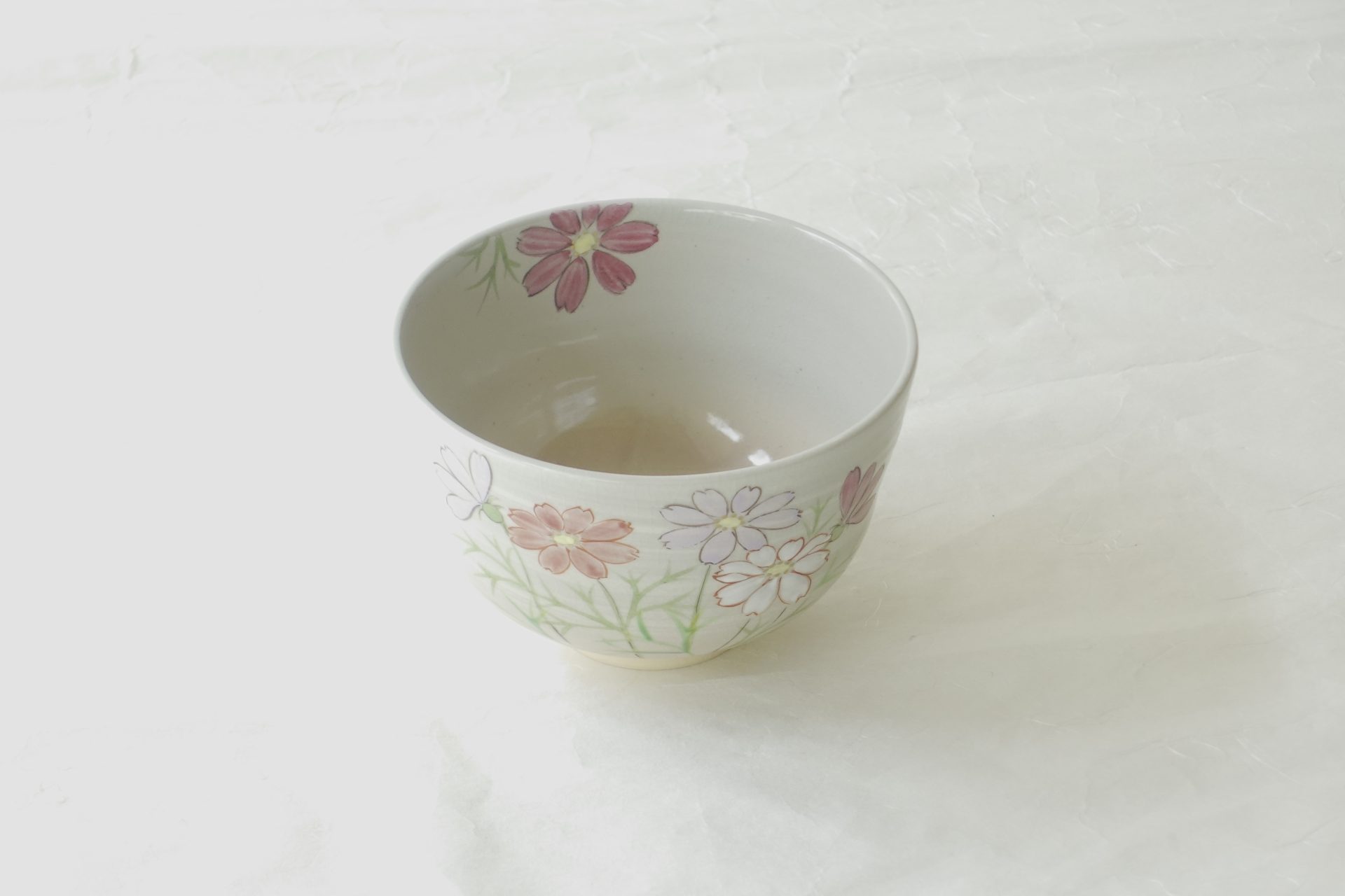 茶道　茶の湯　茶道具　清水焼　抹茶碗　コスモス　美しい　水々しい　きれいな色　御本手　刷毛目　ろくろ目　手に馴染む　持ちやすい　飲みやすい　秋桜　秋に使える　日本製　和の器　食器　贈り物　ギフト　記念品　引出物　法要　お返し　専門店 リアル店舗　高品質　安らぎ　いやし　よりおいしく　安心　機能的　長持ち　人気　おすすめ　高機能　ネット通販　ネットショップ　セレクトショップ　欲しい　購入　買う　買い物　岐阜県　岐阜市　美殿町　小林漆陶　特別な　選び抜かれた　品質重視　使いやすい　格安　老舗　誕生日　結婚　出産　入学　退職　母の日　父の日　敬老の日　クリスマス　プレゼント　叙勲　長寿　新築　お祝い　御礼　内祝い　外国土産　海外みやげ　実店舗　使うと分かる　職人技 日本一の品揃え　日本一の在庫数　専門知識　百貨店にない　手作り　お洒落　高級品　希少価値　上質な器 伝統工芸品　コスパ　お値打ち　お買い得　堅牢　飽きない　永く使える　お気に入り　国産　料理が映える　満足感　豊かな食生活　豊かな食文化　こだわりの器　日本文化　他にない　ここにしかない　オリジナル　独自の　個性的　ここでしか買えない　超レアもの　一品もの　現品限り　入手困難　いい器　匠の技　美しい　実用的　外人が喜ぶ店　外人が珍しがる店　外人がうれしい店　日本各地の一級品を売る店　日本全国の器を売る店　本当にいいもの コスパ高い　一流品　修理　選りすぐりの逸品　周年記念　永年勤続表彰　退職記念　卒業記念　日本土産　岐阜土産　岐阜のおみやげ　岐阜の特産品　料理を引き立てる器　高級店　一流店　岐阜で一番　東海で一番　中部で一番　日本で一番　おしゃれな店　地域一番店