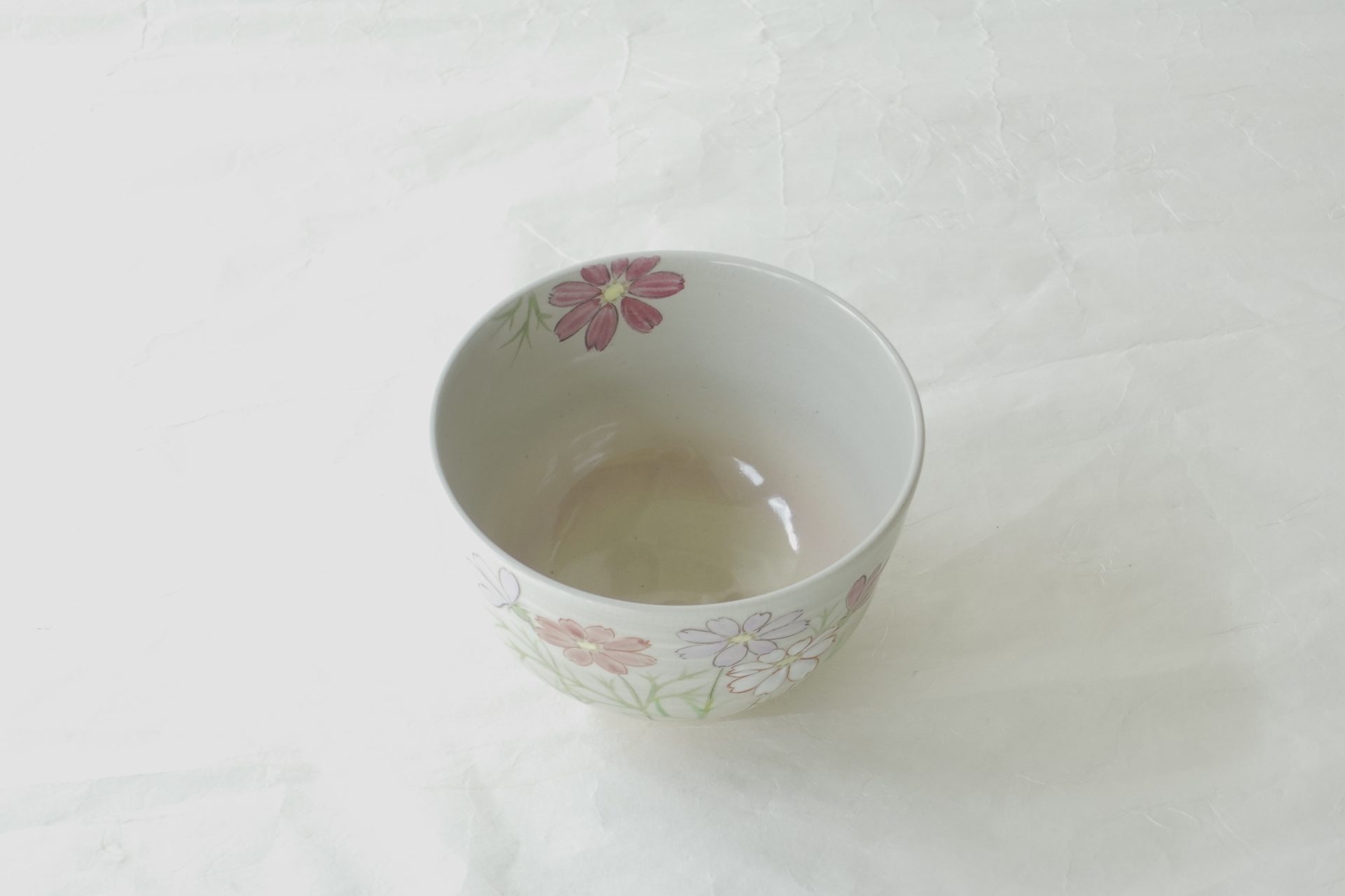 茶道　茶の湯　茶道具　清水焼　抹茶碗　コスモス　美しい　水々しい　きれいな色　御本手　刷毛目　ろくろ目　手に馴染む　持ちやすい　飲みやすい　秋桜　秋に使える　日本製　和の器　食器　贈り物　ギフト　記念品　引出物　法要　お返し　専門店 リアル店舗　高品質　安らぎ　いやし　よりおいしく　安心　機能的　長持ち　人気　おすすめ　高機能　ネット通販　ネットショップ　セレクトショップ　欲しい　購入　買う　買い物　岐阜県　岐阜市　美殿町　小林漆陶　特別な　選び抜かれた　品質重視　使いやすい　格安　老舗　誕生日　結婚　出産　入学　退職　母の日　父の日　敬老の日　クリスマス　プレゼント　叙勲　長寿　新築　お祝い　御礼　内祝い　外国土産　海外みやげ　実店舗　使うと分かる　職人技 日本一の品揃え　日本一の在庫数　専門知識　百貨店にない　手作り　お洒落　高級品　希少価値　上質な器 伝統工芸品　コスパ　お値打ち　お買い得　堅牢　飽きない　永く使える　お気に入り　国産　料理が映える　満足感　豊かな食生活　豊かな食文化　こだわりの器　日本文化　他にない　ここにしかない　オリジナル　独自の　個性的　ここでしか買えない　超レアもの　一品もの　現品限り　入手困難　いい器　匠の技　美しい　実用的　外人が喜ぶ店　外人が珍しがる店　外人がうれしい店　日本各地の一級品を売る店　日本全国の器を売る店　本当にいいもの コスパ高い　一流品　修理　選りすぐりの逸品　周年記念　永年勤続表彰　退職記念　卒業記念　日本土産　岐阜土産　岐阜のおみやげ　岐阜の特産品　料理を引き立てる器　高級店　一流店　岐阜で一番　東海で一番　中部で一番　日本で一番　おしゃれな店　地域一番店