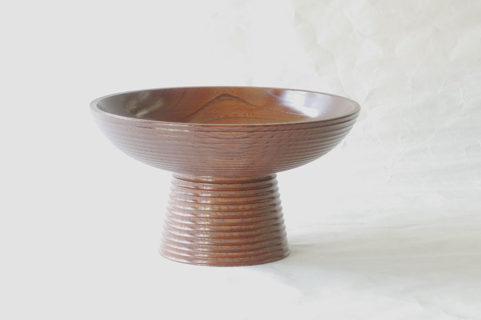 漆器 茶道具 茶の湯 茶道 木製 高坏 たかつき 貴人点 きにんだて 干菓子器 盛器 お供え 本うるし 多くの手間 高い技術 ケヤキ 木目 すりうるし 木の温かみ 安定感 お寺様 重宝 見た目がよい スマート 貴人様 必須 日本製 和の器 食器 贈り物 ギフト 記念品 引出物 法要 お返し 専門店 リアル店舗 高品質 安らぎ いやし よりおいしく 安心 機能的 長持ち 人気 おすすめ 高機能 ネット通販 ネットショップ オンラインショップ セレクトショップ 欲しい 購入 買う 買い物 岐阜県 岐阜市 美殿町 小林漆陶 陶器店 漆器店 茶道具店 特別な 選び抜かれた 品質重視 使いやすい 格安 老舗 誕生日 結婚 出産 入学 退職 母の日 父の日 敬老の日 クリスマス プレゼント 叙勲 長寿 新築 お祝い 御礼 内祝い 外国土産 海外みやげ 実店舗 使うと分かる 職人技 日本一の品揃え 日本一の在庫数 専門知識 百貨店にない 手作り お洒落 高級品 希少価値 上質な器 伝統工芸品 コスパ お値打ち お買い得 堅牢 飽きない 永く使える お気に入り 国産 料理が映える 満足感 豊かな食生活 豊かな食文化 こだわりの器 日本文化 他にない ここにしかない オリジナル 独自の 個性的 ここでしか買えない 超レアもの 一品もの 現品限り 入手困難 いい器 匠の技 美しい 実用的 外人が喜ぶ店 外人が珍しがる店 外人がうれしい店 日本各地の一級品を売る店 日本全国の器を売る店 本当にいいもの コスパ高い 一流品 修理 選りすぐりの逸品 周年記念 永年勤続表彰 退職記念 卒業記念 日本土産 岐阜土産 岐阜のおみやげ 岐阜の特産品 料理を引き立てる器 高級店 一流店 岐阜で一番 東海で一番 中部で一番 日本で一番 おしゃれな店 地域一番店 Japanesetableware Japanesecrafts Japaneseceramics Japanesepottery Handcrafted TraditionalCrafts Japaneseculture Traditionalart Japaneseteautensils TeaCeremony Japaneselacquerware