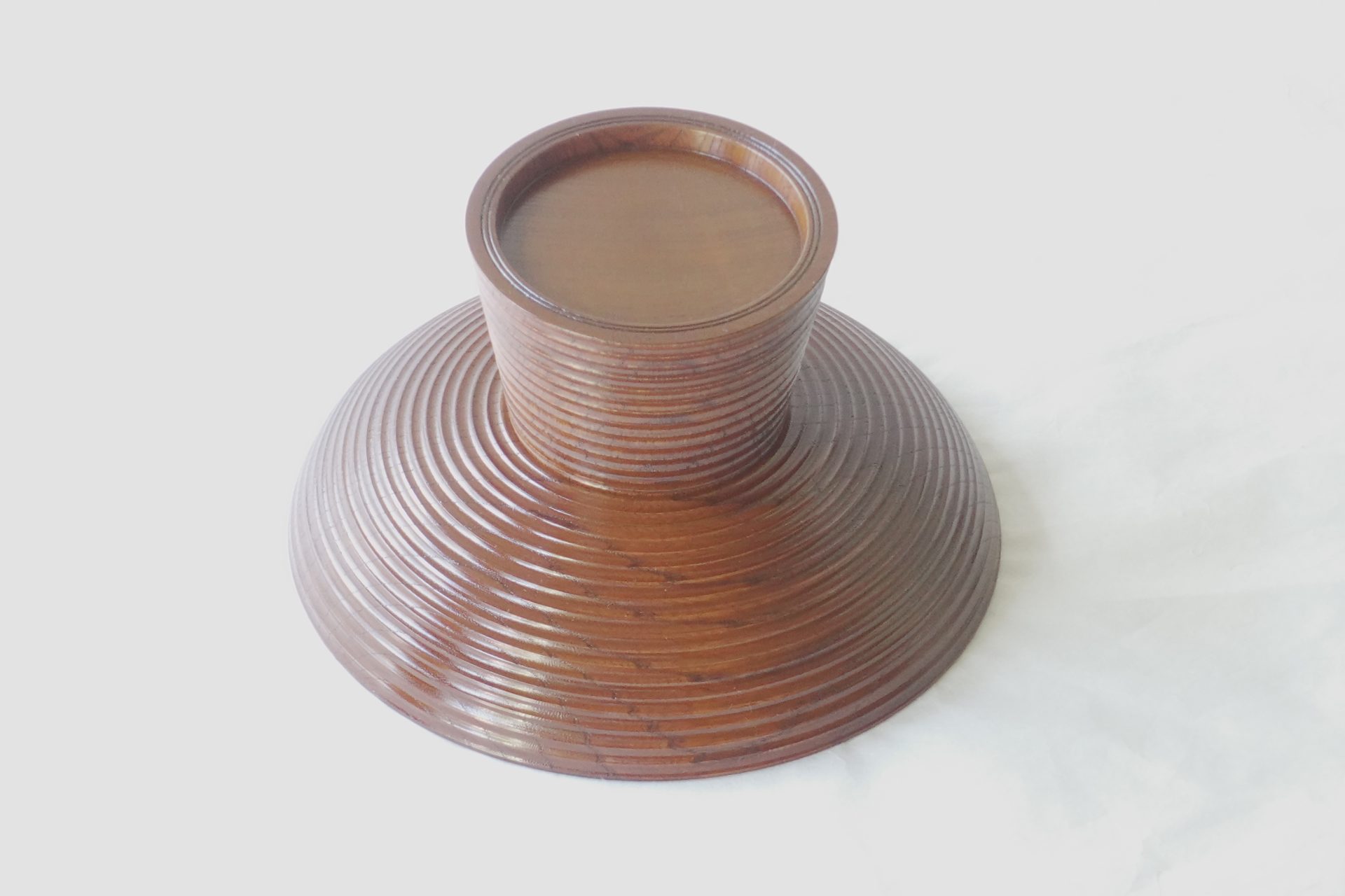 漆器 茶道具 茶の湯 茶道 木製 高坏 たかつき 貴人点 きにんだて 干菓子器 盛器 お供え 本うるし 多くの手間 高い技術 ケヤキ 木目 すりうるし 木の温かみ 安定感 お寺様 重宝 見た目がよい スマート 貴人様 必須 日本製 和の器 食器 贈り物 ギフト 記念品 引出物 法要 お返し 専門店 リアル店舗 高品質 安らぎ いやし よりおいしく 安心 機能的 長持ち 人気 おすすめ 高機能 ネット通販 ネットショップ オンラインショップ セレクトショップ 欲しい 購入 買う 買い物 岐阜県 岐阜市 美殿町 小林漆陶 陶器店 漆器店 茶道具店 特別な 選び抜かれた 品質重視 使いやすい 格安 老舗 誕生日 結婚 出産 入学 退職 母の日 父の日 敬老の日 クリスマス プレゼント 叙勲 長寿 新築 お祝い 御礼 内祝い 外国土産 海外みやげ 実店舗 使うと分かる 職人技 日本一の品揃え 日本一の在庫数 専門知識 百貨店にない 手作り お洒落 高級品 希少価値 上質な器 伝統工芸品 コスパ お値打ち お買い得 堅牢 飽きない 永く使える お気に入り 国産 料理が映える 満足感 豊かな食生活 豊かな食文化 こだわりの器 日本文化 他にない ここにしかない オリジナル 独自の 個性的 ここでしか買えない 超レアもの 一品もの 現品限り 入手困難 いい器 匠の技 美しい 実用的 外人が喜ぶ店 外人が珍しがる店 外人がうれしい店 日本各地の一級品を売る店 日本全国の器を売る店 本当にいいもの コスパ高い 一流品 修理 選りすぐりの逸品 周年記念 永年勤続表彰 退職記念 卒業記念 日本土産 岐阜土産 岐阜のおみやげ 岐阜の特産品 料理を引き立てる器 高級店 一流店 岐阜で一番 東海で一番 中部で一番 日本で一番 おしゃれな店 地域一番店 Japanesetableware Japanesecrafts Japaneseceramics Japanesepottery Handcrafted TraditionalCrafts Japaneseculture Traditionalart Japaneseteautensils TeaCeremony Japaneselacquerware