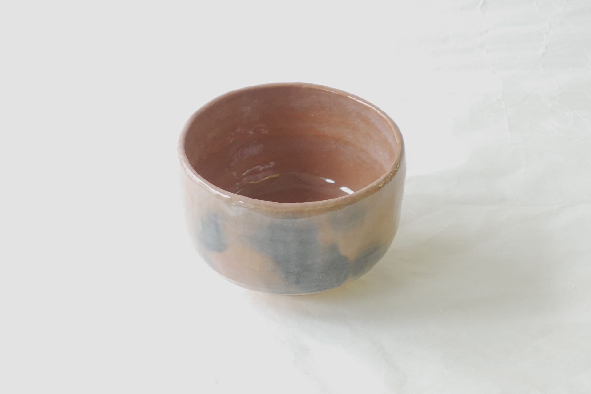 茶道 茶の湯 茶道具 清水焼 佐々木松楽 赤楽茶碗 楽焼 茶の湯 千利休 艶やか 薄作り 軽い 手に馴染む 飲みやすい 扱いやすい 楽茶碗 日本製 和の器 食器 贈り物 ギフト 記念品 引出物 法要 お返し 専門店 リアル店舗 高品質 安らぎ いやし よりおいしく 安心 機能的 長持ち 人気 おすすめ 高機能 ネット通販 ネットショップ オンラインショップ セレクトショップ 欲しい 購入 買う 買い物 岐阜県 岐阜市 美殿町 小林漆陶 陶器店 漆器店 茶道具店 特別な 選び抜かれた 品質重視 使いやすい 格安 老舗 誕生日 結婚 出産 入学 退職 母の日 父の日 敬老の日 クリスマス プレゼント 叙勲 長寿 新築 お祝い 御礼 内祝い 外国土産 海外みやげ 実店舗 使うと分かる 職人技 日本一の品揃え 日本一の在庫数 専門知識 百貨店にない 手作り お洒落 高級品 希少価値 上質な器 伝統工芸品 コスパ お値打ち お買い得 堅牢 飽きない 永く使える お気に入り 国産 料理が映える 満足感 豊かな食生活 豊かな食文化 こだわりの器 日本文化 他にない ここにしかない オリジナル 独自の 個性的 ここでしか買えない 超レアもの 一品もの 現品限り 入手困難 いい器 匠の技 美しい 実用的 外人が喜ぶ店 外人が珍しがる店 外人がうれしい店 日本各地の一級品を売る店 日本全国の器を売る店 本当にいいもの コスパ高い 一流品 修理 選りすぐりの逸品 周年記念 永年勤続表彰 退職記念 卒業記念 日本土産 岐阜土産 岐阜のおみやげ 岐阜の特産品 料理を引き立てる器 高級店 一流店 岐阜で一番 東海で一番 中部で一番 日本で一番 おしゃれな店 地域一番店 JapanesetablewareJapanesecrafts Japaneseceramics Japanesepottery Handcrafted TraditionalCrafts Japaneseculture Traditionalart Japaneseteautensils TeaCeremony 　