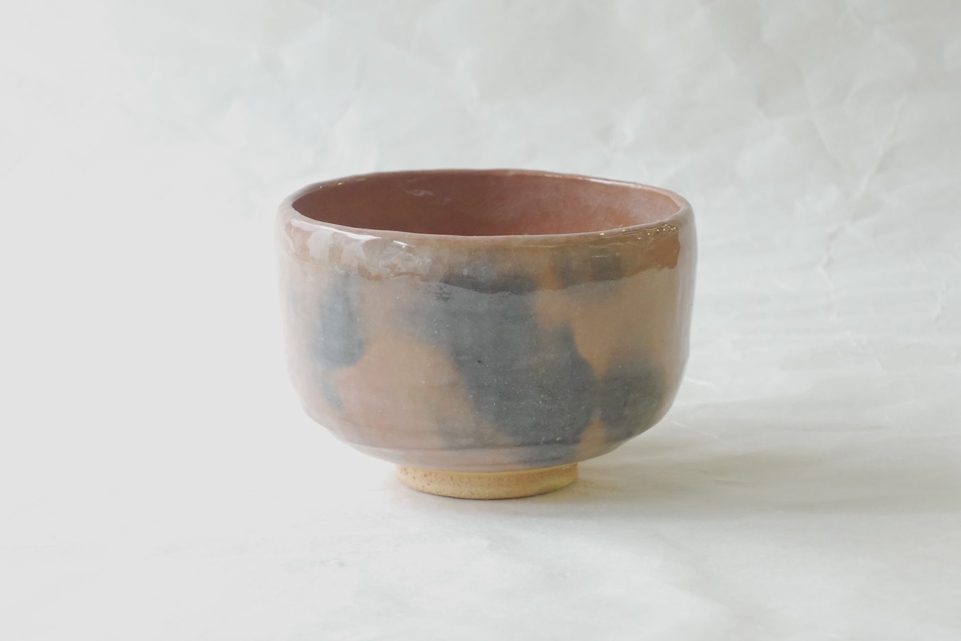 茶道 茶の湯 茶道具 清水焼 佐々木松楽 赤楽茶碗 楽焼 茶の湯 千利休 艶やか 薄作り 軽い 手に馴染む 飲みやすい 扱いやすい 楽茶碗 日本製 和の器 食器 贈り物 ギフト 記念品 引出物 法要 お返し 専門店 リアル店舗 高品質 安らぎ いやし よりおいしく 安心 機能的 長持ち 人気 おすすめ 高機能 ネット通販 ネットショップ オンラインショップ セレクトショップ 欲しい 購入 買う 買い物 岐阜県 岐阜市 美殿町 小林漆陶 陶器店 漆器店 茶道具店 特別な 選び抜かれた 品質重視 使いやすい 格安 老舗 誕生日 結婚 出産 入学 退職 母の日 父の日 敬老の日 クリスマス プレゼント 叙勲 長寿 新築 お祝い 御礼 内祝い 外国土産 海外みやげ 実店舗 使うと分かる 職人技 日本一の品揃え 日本一の在庫数 専門知識 百貨店にない 手作り お洒落 高級品 希少価値 上質な器 伝統工芸品 コスパ お値打ち お買い得 堅牢 飽きない 永く使える お気に入り 国産 料理が映える 満足感 豊かな食生活 豊かな食文化 こだわりの器 日本文化 他にない ここにしかない オリジナル 独自の 個性的 ここでしか買えない 超レアもの 一品もの 現品限り 入手困難 いい器 匠の技 美しい 実用的 外人が喜ぶ店 外人が珍しがる店 外人がうれしい店 日本各地の一級品を売る店 日本全国の器を売る店 本当にいいもの コスパ高い 一流品 修理 選りすぐりの逸品 周年記念 永年勤続表彰 退職記念 卒業記念 日本土産 岐阜土産 岐阜のおみやげ 岐阜の特産品 料理を引き立てる器 高級店 一流店 岐阜で一番 東海で一番 中部で一番 日本で一番 おしゃれな店 地域一番店 JapanesetablewareJapanesecrafts Japaneseceramics Japanesepottery Handcrafted TraditionalCrafts Japaneseculture Traditionalart Japaneseteautensils TeaCeremony 　