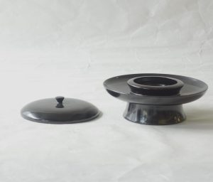漆器 木製 天目台 大切なお客様 敬意 神仏 ご先祖様 お供え 煎茶専用 煎茶道 くりぬき うるし 真塗り 高級感 逸品 日本製 和の器 食器 贈り物 ギフト 記念品 引出物 法要 お返し 専門店 リアル店舗 高品質 安らぎ いやし よりおいしく 安心 機能的 長持ち 人気 おすすめ 高機能 ネット通販 ネットショップ オンラインショップ セレクトショップ 欲しい 購入 買う 買い物 岐阜県 岐阜市 美殿町 小林漆陶 陶器店 漆器店 茶道具店 特別な 選び抜かれた 品質重視 使いやすい 格安 老舗 誕生日 結婚 出産 入学 退職 母の日 父の日 敬老の日 クリスマス プレゼント 叙勲 長寿 新築 お祝い 御礼 内祝い 外国土産 海外みやげ 実店舗 使うと分かる 職人技 日本一の品揃え 日本一の在庫数 専門知識 百貨店にない 手作り お洒落 高級品 希少価値 上質な器 伝統工芸品 コスパ お値打ち お買い得 堅牢 飽きない 永く使える お気に入り 国産 料理が映える 満足感 豊かな食生活 豊かな食文化 こだわりの器 日本文化 他にない ここにしかない オリジナル 独自の 個性的 ここでしか買えない 超レアもの 一品もの 現品限り 入手困難 いい器 匠の技 美しい 実用的 外人が喜ぶ店 外人が珍しがる店 外人がうれしい店 日本各地の一級品を売る店 日本全国の器を売る店 本当にいいもの コスパ高い 一流品 修理 選りすぐりの逸品 周年記念 永年勤続表彰 退職記念 卒業記念 日本土産 岐阜土産 岐阜のおみやげ 岐阜の特産品 料理を引き立てる器 高級店 一流店 岐阜で一番 東海で一番 中部で一番 日本で一番 おしゃれな店 地域一番店 JapanesetablewareJapanesecrafts Handcrafted TraditionalCrafts Japaneseculture Traditionalart Japaneseteautensils Japaneselacquerware
