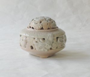 萩焼 龍 香炉 透かし 力強い 立体的 安定性 神秘の力 金運 収穫 商売繁盛 財運向上 実用的 迫力 土物のよさ 逸品 美濃焼 鉄瓶 陶器 漆 漆器 有田焼 金継ぎ 焼き物 食器 陶磁器 伝統工芸品 茶碗 工芸品 九谷焼 南部鉄器 陶芸 陶器市 岐阜 焼き物 磁器 瀬戸物 岐阜県 岐阜市 美殿町６−番地 小林漆陶 漆塗り器 織部焼 小林漆器 箸 金継ぎ お香 食器 茶道具 陶器 美濃焼専門店 お皿 ceramics ih pottery うつわ うつわ屋 お皿屋さん お茶 お茶碗 お箸 かまど この辺に陶器屋さんってあります とうきいち やきもの ガラス工房 ギフト　ギフトショップ マグカップ モダン焼物 レンジできる陶器 切子 南部鉄器 どこ　岐阜市南部鉄器販売店 南部鉄器購入 岐阜県器屋 土鍋 岐阜小洒落たお皿 お椀が出る店 器 塗り物 漆塗り 陶器屋さん 食器屋さん お椀 ひのき 岐阜城周辺茶道具 販売陶器 販売陶器屋さん 陶器店 漆器店 岐阜有名な器屋さん 岐阜県食器売ってるところ 岐阜駅 陶器工芸品店 徳利 売ってる店 急須販売 扇子 抹茶 掛け軸 修復 日本陶瓷 漆器 木の食器 樺細工 江戸切子 食器 漆の器 漆器 うるし 漆器店 漆塗 漆椀 火鉢 灰 美殿町商店街 美濃焼ショップ 岐阜市 湯呑み お店 付近 美濃焼き専門店 美濃焼販売 花瓶 茶器 オンライン輪島塗 なつめ 店近くのガラス屋さん 近くの陶器屋さん 酒器 ガラス 金継ぎ依頼 岐阜鉄器鉄瓶 取扱店 Japanese 陶器 修理 陶器専門店 陶器小売店 岐阜陶器屋 陶器店 陶磁器 陶磁器専門店 陶芸家 おすすめ お店 岐阜食洗機対応 漆椀 JapanesetablewareJapanesecrafts Japaneseceramics Japanesepottery Handcrafted TraditionalCrafts Japaneseculture Traditionalart Japaneseteautensils TeaCeremony Japaneselacquerware インテリア 一輪挿し 入れ物 陶芸 陶芸皿 陶器いろいろ 陶器店 絵皿 絵柄 オンラインショップ 置物 おひつ オーブントースター 置物スタイリッシュ お皿 オブジェ 置物かわいい お皿陶磁器 お椀陶器 陶器欠損補修 花瓶 貫入 傘立て 陶器花 カップ 花 陶磁器 陶器金継ぎ キャニスター 器 急須 京都 金彩 九州 急須 陶芸食器 コーヒーカップ コップ 小物入れ 皿 ごはん鍋 食洗機 修理 食器 修理金継ぎ 陶器販売 瀬戸物 染付 タンブラー 耐熱陶器 茶碗 近くの陶器店 通販 土物 通販 手作り陶器 陶磁器 鍋
