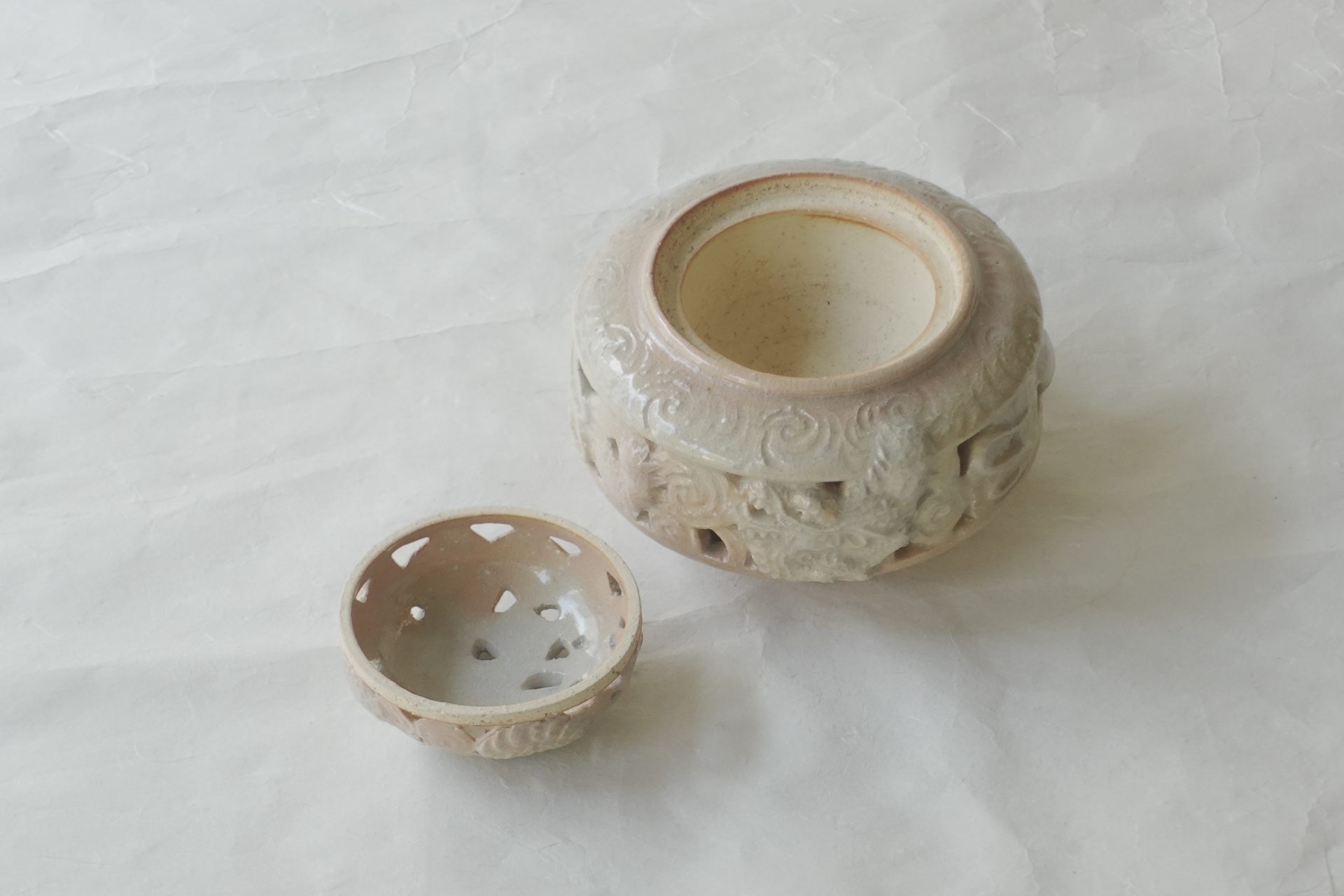 萩焼 龍 香炉 透かし 力強い 立体的 安定性 神秘の力 金運 収穫 商売繁盛 財運向上 実用的 迫力 土物のよさ 逸品 美濃焼 鉄瓶 陶器 漆 漆器 有田焼 金継ぎ 焼き物 食器 陶磁器 伝統工芸品 茶碗 工芸品 九谷焼 南部鉄器 陶芸 陶器市 岐阜 焼き物 磁器 瀬戸物 岐阜県 岐阜市 美殿町６−番地 小林漆陶 漆塗り器 織部焼 小林漆器 箸 金継ぎ お香 食器 茶道具 陶器 美濃焼専門店 お皿 ceramics ih pottery うつわ うつわ屋 お皿屋さん お茶 お茶碗 お箸 かまど この辺に陶器屋さんってあります とうきいち やきもの ガラス工房 ギフト　ギフトショップ マグカップ モダン焼物 レンジできる陶器 切子 南部鉄器 どこ　岐阜市南部鉄器販売店 南部鉄器購入 岐阜県器屋 土鍋 岐阜小洒落たお皿 お椀が出る店 器 塗り物 漆塗り 陶器屋さん 食器屋さん お椀 ひのき 岐阜城周辺茶道具 販売陶器 販売陶器屋さん 陶器店 漆器店 岐阜有名な器屋さん 岐阜県食器売ってるところ 岐阜駅 陶器工芸品店 徳利 売ってる店 急須販売 扇子 抹茶 掛け軸 修復 日本陶瓷 漆器 木の食器 樺細工 江戸切子 食器 漆の器 漆器 うるし 漆器店 漆塗 漆椀 火鉢 灰 美殿町商店街 美濃焼ショップ 岐阜市 湯呑み お店 付近 美濃焼き専門店 美濃焼販売 花瓶 茶器 オンライン輪島塗 なつめ 店近くのガラス屋さん 近くの陶器屋さん 酒器 ガラス 金継ぎ依頼 岐阜鉄器鉄瓶 取扱店 Japanese 陶器 修理 陶器専門店 陶器小売店 岐阜陶器屋 陶器店 陶磁器 陶磁器専門店 陶芸家 おすすめ お店 岐阜食洗機対応 漆椀 JapanesetablewareJapanesecrafts Japaneseceramics Japanesepottery Handcrafted TraditionalCrafts Japaneseculture Traditionalart Japaneseteautensils TeaCeremony Japaneselacquerware インテリア 一輪挿し 入れ物 陶芸 陶芸皿 陶器いろいろ 陶器店 絵皿 絵柄 オンラインショップ 置物 おひつ オーブントースター 置物スタイリッシュ お皿 オブジェ 置物かわいい お皿陶磁器 お椀陶器 陶器欠損補修 花瓶 貫入 傘立て 陶器花 カップ 花 陶磁器 陶器金継ぎ キャニスター 器 急須 京都 金彩 九州 急須 陶芸食器 コーヒーカップ コップ 小物入れ 皿 ごはん鍋 食洗機 修理 食器 修理金継ぎ 陶器販売 瀬戸物 染付 タンブラー 耐熱陶器 茶碗 近くの陶器店 通販 土物 通販 手作り陶器 陶磁器 鍋