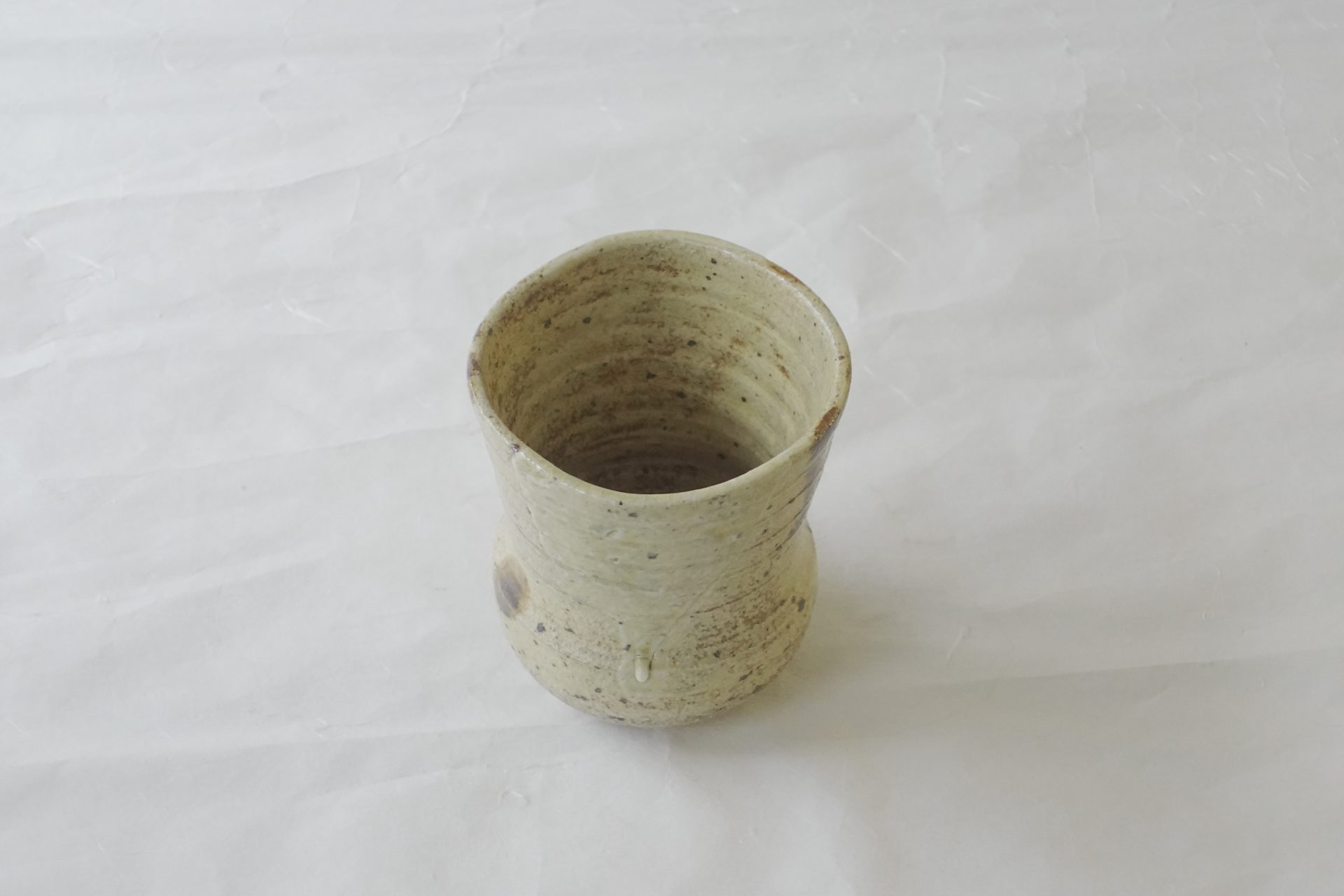 の火種 器 莨盆 茶会 重要な道具 美濃伊賀 安定 灰型付けやすい 軽い 扱いやすい 重厚感 日本製 和の器 食器 贈り物 ギフト 記念品 引出物 法要 お返し 専門店 リアル店舗 高品質 安らぎ いやし よりおいしく 安心 機能的 長持ち 人気 おすすめ 高機能 ネット通販 ネットショップ オンラインショップ セレクトショップ 欲しい 購入 買う 買い物 岐阜県 岐阜市 美殿町 小林漆陶 陶器店 漆器店 茶道具店 特別な 選び抜かれた 品質重視 使いやすい 格安 老舗 誕生日 結婚 出産 入学 退職 母の日 父の日 敬老の日 クリスマス プレゼント 叙勲 長寿 新築 お祝い 御礼 内祝い 外国土産 海外みやげ 実店舗 使うと分かる 職人技 日本一の品揃え 日本一の在庫数 専門知識 百貨店にない 手作り お洒落 高級品 希少価値 上質な器 伝統工芸品 コスパ お値打ち お買い得 堅牢 飽きない 永く使える お気に入り 国産 料理が映える 満足感 豊かな食生活 豊かな食文化 こだわりの器 日本文化 他にない ここにしかない オリジナル 独自の 個性的 ここでしか買えない 超レアもの 一品もの 現品限り 入手困難 いい器 匠の技 美しい 実用的 外人が喜ぶ店 外人が珍しがる店 外人がうれしい店 日本各地の一級品を売る店 日本全国の器を売る店 本当にいいもの コスパ高い 一流品 修理 選りすぐりの逸品 周年記念 永年勤続表彰 退職記念 卒業記念 日本土産 岐阜土産 岐阜のおみやげ 岐阜の特産品 料理を引き立てる器 高級店 一流店 岐阜で一番 東海で一番 中部で一番 日本で一番 おしゃれな店 地域一番店 JapanesetablewareJapanesecrafts Japaneseceramics Japanesepottery Handcrafted TraditionalCrafts Japaneseculture Traditionalart Japaneseteautensils TeaCeremony
