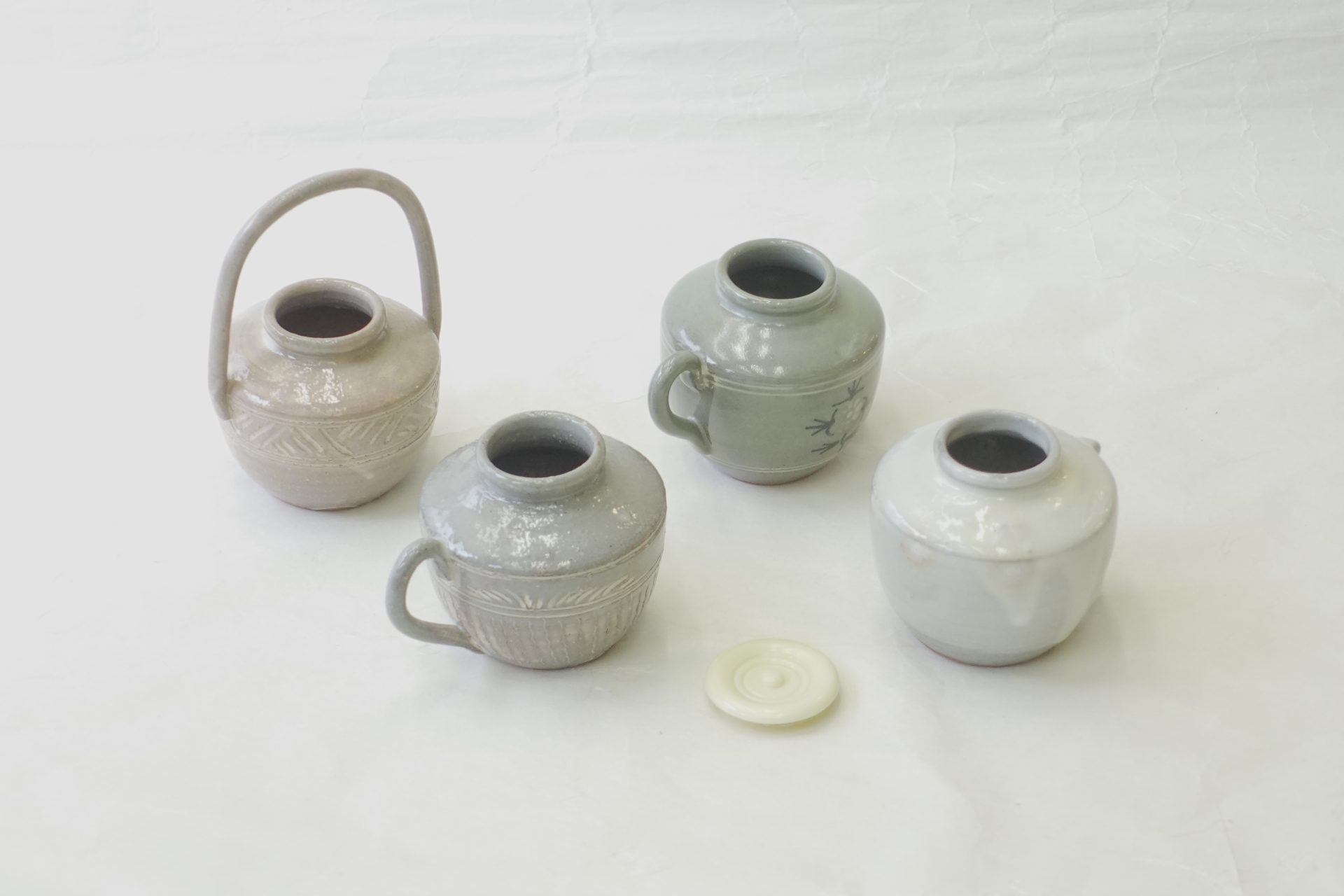 JapanesetablewareJapanesecrafts清水焼 水出宋絢 四滴茶入 弦付 手瓶 油滴 水滴 薄茶器 替茶器 御本手 三島 粉引 青磁 JapanesetablewareJapanesecrafts Japaneseceramics Japanesepottery Handcrafted TraditionalCrafts Japaneseculture Traditionalart Japaneseteautensils TeaCeremony