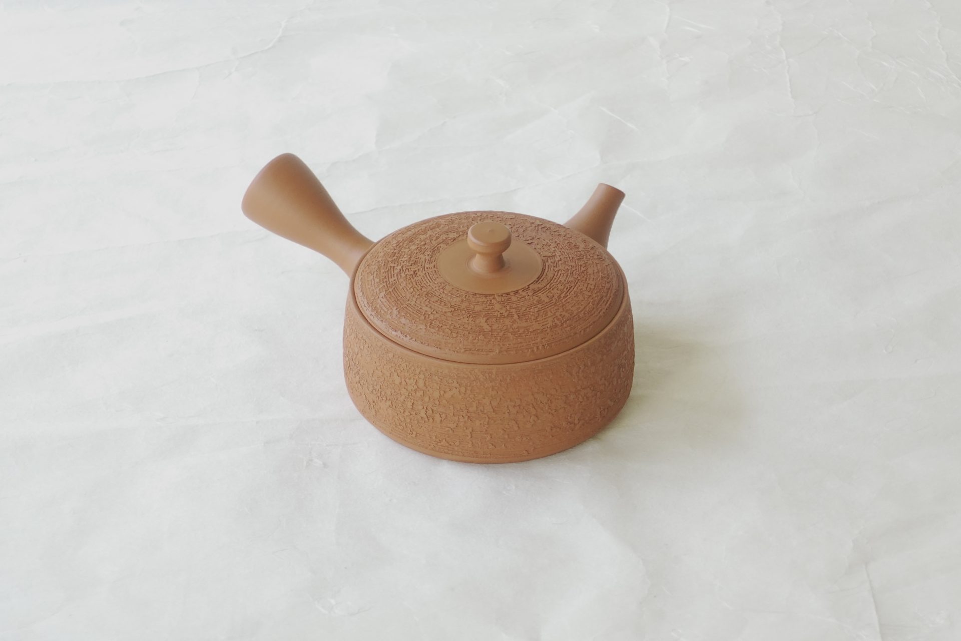 陶器 常滑焼 伝統工芸士 究極の急須 朱泥 鉄分 まろやかな味 よりおいしく お茶を抽出できる 茶葉の味を引き出す 水出し冷茶 甘み 旨味 煎茶 一人用 手づくり 熟練 職人技 洗いやすい 清潔 衛生的 松皮 液だれしにくい 機能的 飽きが来ない 永く使える 濃焼 鉄瓶 陶器 漆 漆器 有田焼 金継ぎ 焼き物 食器 陶磁器 伝統工芸品 茶碗 工芸品 九谷焼 南部鉄器 陶芸 陶器市 岐阜 焼き物 磁器 瀬戸物 岐阜県 岐阜市 美殿町６−番地 小林漆陶 漆塗り器 織部焼 小林漆器 箸 金継ぎ お香 食器 茶道具 陶器 美濃焼専門店 お皿 ceramics ih pottery うつわ うつわ屋 お皿屋さん お茶 お茶碗 お箸 かまど この辺に陶器屋さんってあります とうきいち やきもの ガラス工房 ギフト　ギフトショップ マグカップ モダン焼物 レンジできる陶器 切子 南部鉄器 どこ　岐阜市南部鉄器販売店 南部鉄器購入 岐阜県器屋 土鍋 岐阜小洒落たお皿 お椀が出る店 器 塗り物 漆塗り 陶器屋さん 食器屋さん お椀 ひのき 岐阜城周辺茶道具 販売陶器 販売陶器屋さん 陶器店 漆器店 岐阜有名な器屋さん 岐阜県食器売ってるところ 岐阜駅 陶器工芸品店 徳利 売ってる店 急須販売 扇子 抹茶 掛け軸 修復 日本陶瓷 漆器 木の食器 樺細工 江戸切子 食器 漆の器 漆器 うるし 漆器店 漆塗 漆椀 火鉢 灰 美殿町商店街 美濃焼ショップ 岐阜市 湯呑み お店 付近 美濃焼き専門店 美濃焼販売 花瓶 茶器 オンライン輪島塗 なつめ 店近くのガラス屋さん 近くの陶器屋さん 酒器 ガラス 金継ぎ依頼 岐阜鉄器鉄瓶 取扱店 Japanese 陶器 修理 陶器専門店 陶器小売店 岐阜陶器屋 陶器店 陶磁器 陶磁器専門店 陶芸家 おすすめ お店 岐阜食洗機対応 漆椀 JapanesetablewareJapanesecrafts Japaneseceramics Japanesepottery Handcrafted TraditionalCrafts Japaneseculture Traditionalart Japaneseteautensils TeaCeremony Japaneselacquerware インテリア 一輪挿し 入れ物 陶芸 陶芸皿 陶器いろいろ 陶器店 絵皿 絵柄 オンラインショップ 置物 おひつ オーブントースター 置物スタイリッシュ お皿 オブジェ 置物かわいい お皿陶磁器 お椀陶器 陶器欠損補修 花瓶 貫入 傘立て 陶器花 カップ 花 陶磁器 陶器金継ぎ キャニスター 器 急須 京都 金彩 九州 急須 陶芸食器 コーヒーカップ コップ 小物入れ 皿 ごはん鍋 食洗機 修理 食器 修理金継ぎ 陶器販売 瀬戸物 染付 タンブラー 耐熱陶器 茶碗 近くの陶器店 通販 土物 通販 手作り陶器 陶磁器 鍋