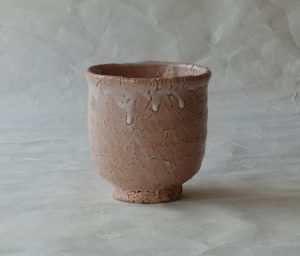陶器 萩焼 國輔窯 湯呑 ろくろ挽き びわ釉 趣がある かいらぎ 力強い雰囲気 貫入 荒々しさ 切高台 ろくろ目 おおぶり たっぷり 存在感 軽い 重厚感 手に馴染む 扱いやすい 羽反り口 飲みやすい 萩の七変化 美濃焼 鉄瓶 陶器 漆 漆器 有田焼 金継ぎ 焼き物 食器 陶磁器 伝統工芸品 茶碗 工芸品 九谷焼 南部鉄器 陶芸 陶器市 岐阜 焼き物 磁器 瀬戸物 岐阜県 岐阜市 美殿町６−番地 小林漆陶 漆塗り器 織部焼 小林漆器 箸 金継ぎ お香 食器 茶道具 陶器 美濃焼専門店 お皿 ceramics ih pottery うつわ うつわ屋 お皿屋さん お茶 お茶碗 お箸 かまど この辺に陶器屋さんってあります とうきいち やきもの ガラス工房 ギフト　ギフトショップ マグカップ モダン焼物 レンジできる陶器 切子 南部鉄器 どこ　岐阜市南部鉄器販売店 南部鉄器購入 岐阜県器屋 土鍋 岐阜小洒落たお皿 お椀が出る店 器 塗り物 漆塗り 陶器屋さん 食器屋さん お椀 ひのき 岐阜城周辺茶道具 販売陶器 販売陶器屋さん 陶器店 漆器店 岐阜有名な器屋さん 岐阜県食器売ってるところ 岐阜駅 陶器工芸品店 徳利 売ってる店 急須販売 扇子 抹茶 掛け軸 修復 日本陶瓷 漆器 木の食器 樺細工 江戸切子 食器 漆の器 漆器 うるし 漆器店 漆塗 漆椀 火鉢 灰 美殿町商店街 美濃焼ショップ 岐阜市 湯呑み お店 付近 美濃焼き専門店 美濃焼販売 花瓶 茶器 オンライン輪島塗 なつめ 店近くのガラス屋さん 近くの陶器屋さん 酒器 ガラス 金継ぎ依頼 岐阜鉄器鉄瓶 取扱店 Japanese 陶器 修理 陶器専門店 陶器小売店 岐阜陶器屋 陶器店 陶磁器 陶磁器専門店 陶芸家 おすすめ お店 岐阜食洗機対応 漆椀 JapanesetablewareJapanesecrafts Japaneseceramics Japanesepottery Handcrafted TraditionalCrafts Japaneseculture Traditionalart Japaneseteautensils TeaCeremony Japaneselacquerware インテリア 一輪挿し 入れ物 陶芸 陶芸皿 陶器いろいろ 陶器店 絵皿 絵柄 オンラインショップ 置物 おひつ オーブントースター 置物スタイリッシュ お皿 オブジェ 置物かわいい お皿陶磁器 お椀陶器 陶器欠損補修 花瓶 貫入 傘立て 陶器花 カップ 花 陶磁器 陶器金継ぎ キャニスター 器 急須 京都 金彩 九州 急須 陶芸食器 コーヒーカップ コップ 小物入れ 皿 ごはん鍋 食洗機 修理 食器 修理金継ぎ 陶器販売 瀬戸物 染付 タンブラー 耐熱陶器 茶碗 近くの陶器店 通販 土物 通販 手作り陶器 陶磁器 鍋