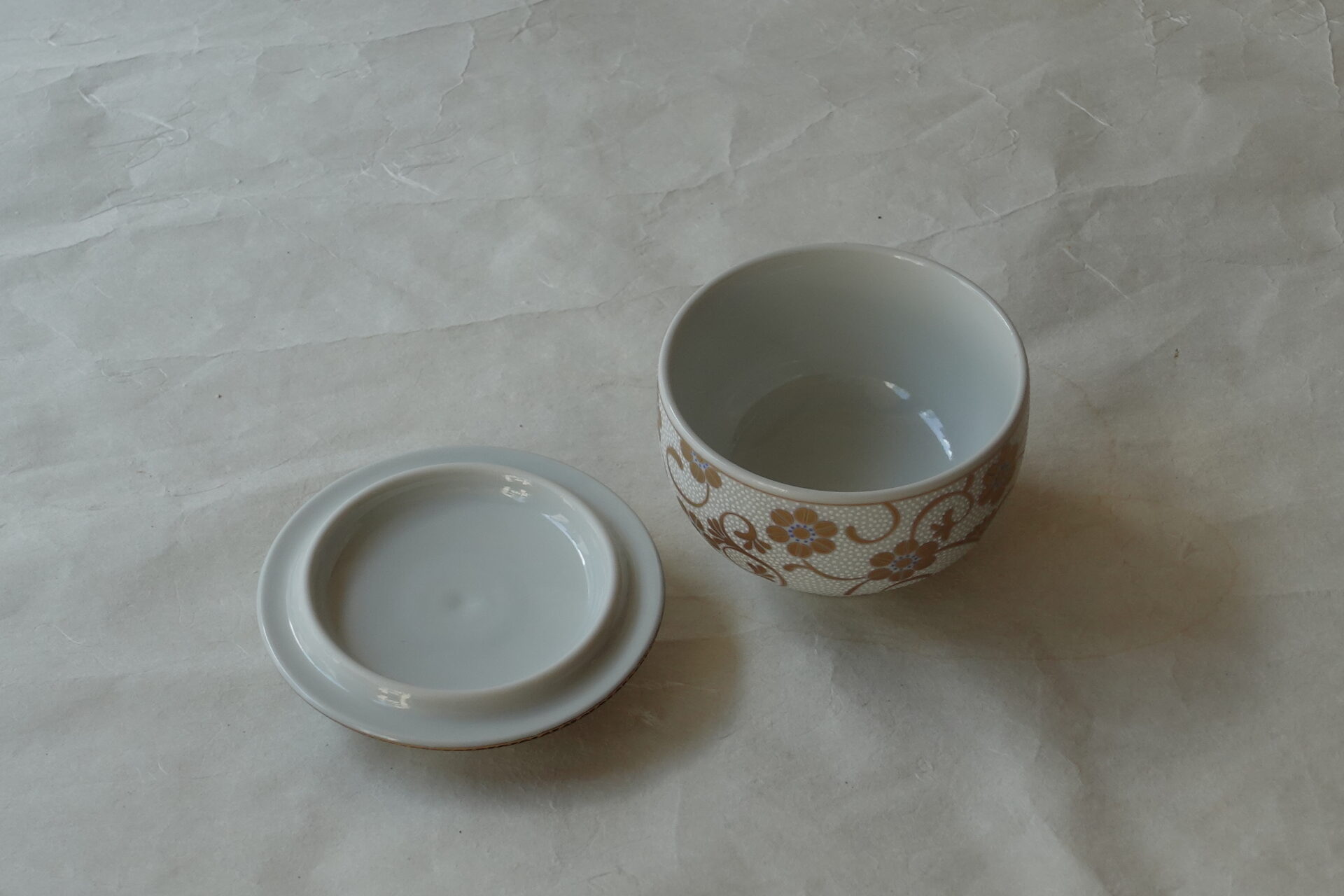 陶磁器 九谷焼 蓋付湯呑 白磁 鉄線紋 高級感 絢爛豪華 白粒 フォーマル お寺様 客人 特別な方 結納 冠婚葬祭 気品 逸品 美濃焼 鉄瓶 陶器 漆 漆器 有田焼 金継ぎ 焼き物 食器 陶磁器 伝統工芸品 茶碗 工芸品 九谷焼 南部鉄器 陶芸 陶器市 岐阜 焼き物 磁器 瀬戸物 岐阜県 岐阜市 美殿町６−番地 小林漆陶 漆塗り器 織部焼 小林漆器 箸 金継ぎ お香 食器 茶道具 陶器 美濃焼専門店 お皿 ceramics ih pottery うつわ うつわ屋 お皿屋さん お茶 お茶碗 お箸 かまど この辺に陶器屋さんってあります とうきいち やきもの ガラス工房 ギフト　ギフトショップ マグカップ モダン焼物 レンジできる陶器 切子 南部鉄器 どこ　岐阜市南部鉄器販売店 南部鉄器購入 岐阜県器屋 土鍋 岐阜小洒落たお皿 お椀が出る店 器 塗り物 漆塗り 陶器屋さん 食器屋さん お椀 ひのき 岐阜城周辺茶道具 販売陶器 販売陶器屋さん 陶器店 漆器店 岐阜有名な器屋さん 岐阜県食器売ってるところ 岐阜駅 陶器工芸品店 徳利 売ってる店 急須販売 扇子 抹茶 掛け軸 修復 日本陶瓷 漆器 木の食器 樺細工 江戸切子 食器 漆の器 漆器 うるし 漆器店 漆塗 漆椀 火鉢 灰 美殿町商店街 美濃焼ショップ 岐阜市 湯呑み お店 付近 美濃焼き専門店 美濃焼販売 花瓶 茶器 オンライン輪島塗 なつめ 店近くのガラス屋さん 近くの陶器屋さん 酒器 ガラス 金継ぎ依頼 岐阜鉄器鉄瓶 取扱店 Japanese 陶器 修理 陶器専門店 陶器小売店 岐阜陶器屋 陶器店 陶磁器 陶磁器専門店 陶芸家 おすすめ お店 岐阜食洗機対応 漆椀 JapanesetablewareJapanesecrafts Japaneseceramics Japanesepottery Handcrafted TraditionalCrafts Japaneseculture Traditionalart Japaneseteautensils TeaCeremony Japaneselacquerware インテリア 一輪挿し 入れ物 陶芸 陶芸皿 陶器いろいろ 陶器店 絵皿 絵柄 オンラインショップ 置物 おひつ オーブントースター 置物スタイリッシュ お皿 オブジェ 置物かわいい お皿陶磁器 お椀陶器 陶器欠損補修 花瓶 貫入 傘立て 陶器花 カップ 花 陶磁器 陶器金継ぎ キャニスター 器 急須 京都 金彩 九州 急須 陶芸食器 コーヒーカップ コップ 小物入れ 皿 ごはん鍋 食洗機 修理 食器 修理金継ぎ 陶器販売 瀬戸物 染付 タンブラー 耐熱陶器 茶碗 近くの陶器店 通販 土物 通販 手作り陶器 陶磁器 鍋