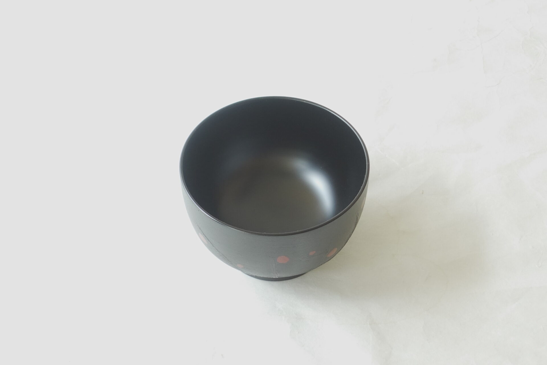 漆器 山中塗 木製 汁椀 くりぬき うるし塗り お椀 味噌汁 吸い物 錆 蒔地 真塗り 砥の粉 地の粉 下地技法 強度が上がる 丈夫 永く使える 口が広い 食べやすい 洗いやすい 持ちやすい 軽い 安定 木製のよさ 落ち着いた シック 素朴 逸品 美濃焼 鉄瓶 陶器 漆 漆器 有田焼 金継ぎ 焼き物 食器 陶磁器 伝統工芸品 茶碗 工芸品 九谷焼 南部鉄器 陶芸 陶器市 岐阜 焼き物 磁器 瀬戸物 岐阜県 岐阜市 美殿町６−番地 小林漆陶 漆塗り器 織部焼 小林漆器 箸 金継ぎ お香 食器 茶道具 陶器 美濃焼専門店 お皿 ceramics ih pottery うつわ うつわ屋 お皿屋さん お茶 お茶碗 お箸 かまど この辺に陶器屋さんってあります とうきいち やきもの ガラス工房 ギフト　ギフトショップ マグカップ モダン焼物 レンジできる陶器 切子 南部鉄器 どこ　岐阜市南部鉄器販売店 南部鉄器購入 岐阜県器屋 土鍋 岐阜小洒落たお皿 お椀が出る店 器 塗り物 漆塗り 陶器屋さん 食器屋さん お椀 ひのき 岐阜城周辺茶道具 販売陶器 販売陶器屋さん 陶器店 漆器店 岐阜有名な器屋さん 岐阜県食器売ってるところ 岐阜駅 陶器工芸品店 徳利 売ってる店 急須販売 扇子 抹茶 掛け軸 修復 日本陶瓷 漆器 木の食器 樺細工 江戸切子 食器 漆の器 漆器 うるし 漆器店 漆塗 漆椀 火鉢 灰 美殿町商店街 美濃焼ショップ 岐阜市 湯呑み お店 付近 美濃焼き専門店 美濃焼販売 花瓶 茶器 オンライン輪島塗 なつめ 店近くのガラス屋さん 近くの陶器屋さん 酒器 ガラス 金継ぎ依頼 岐阜鉄器鉄瓶 取扱店 Japanese 陶器 修理 陶器専門店 陶器小売店 岐阜陶器屋 陶器店 陶磁器 陶磁器専門店 陶芸家 おすすめ お店 岐阜食洗機対応 漆椀 JapanesetablewareJapanesecrafts Japaneseceramics Japanesepottery Handcrafted TraditionalCrafts Japaneseculture Traditionalart Japaneseteautensils TeaCeremony Japaneselacquerware 漆器 漆器の手入れ 漆器の洗い方 木曽漆器 山中漆器 越前漆器 小田原漆器 会津漆器 紀州漆器 アクセサリーケース 食洗機漆器 漆器アート インテリア 石川県漆器 漆器うどん鉢 漆 漆漆器 ウレタン漆器 うなぎ重箱 絵柄 絵付けデザイン 越前漆器オンライン 越前漆器の魅力 お椀 盆 オンラインショップ お弁当箱 大皿 おしゃれ お膳 お箸 菓子器 カップ 香川漆器 菓子皿 漆器小物入れ 高級 コップ 小箱 小皿 讃岐漆器 漆器食洗機 漆器修理 汁椀 酒器 食器 汁椀 食籠 スプーン 漆器専門店 そば椀 茶筒 茶器 近くの漆器店 近くの漆器販売店 茶托漆器 漆器通販
