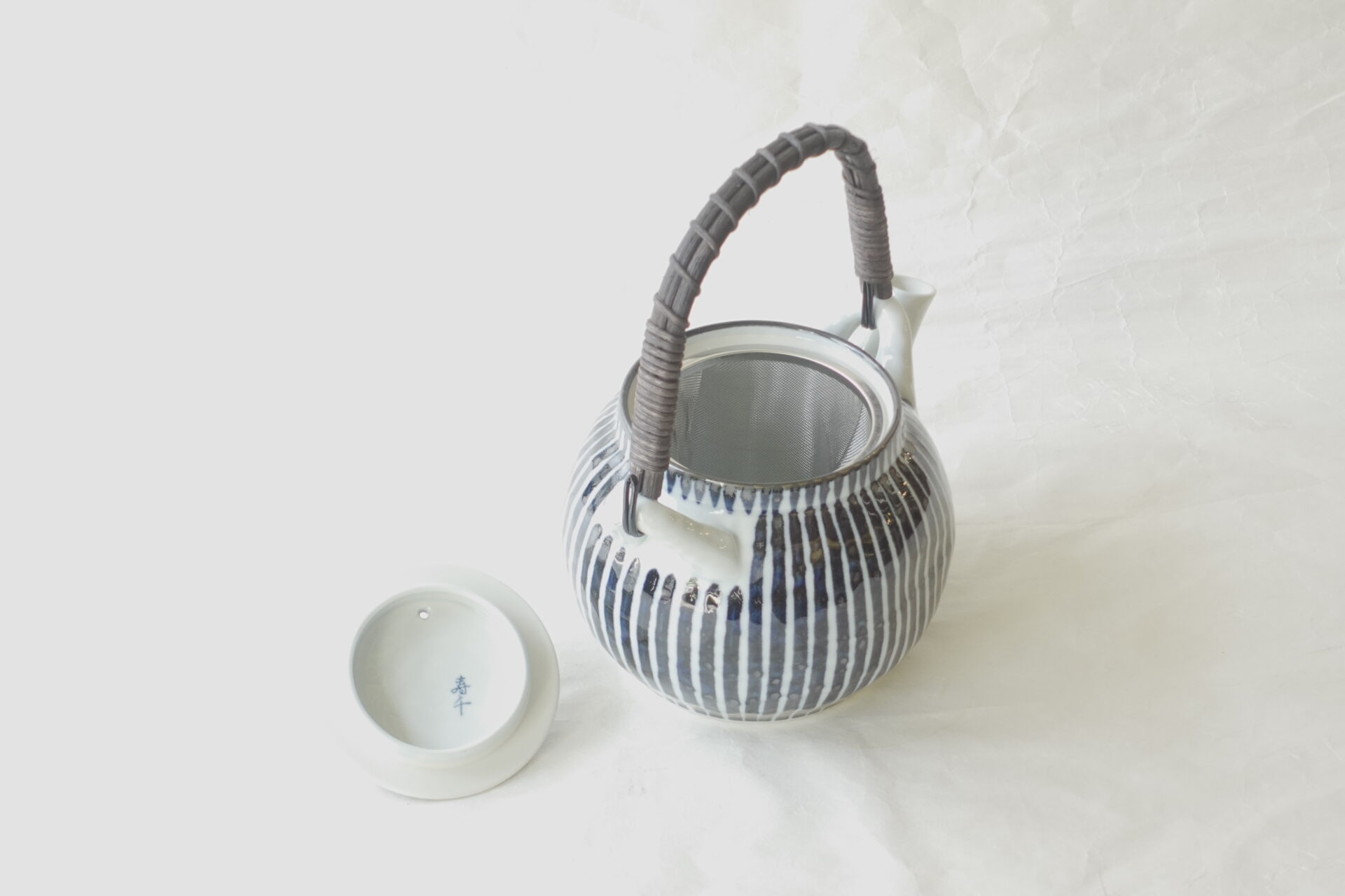 陶磁器 有田焼 土瓶 白磁 十草 手描き 大容量 便利 味わいがある 高級感 高品質 機能的 軽い 強度 持ちやすい 落としにくい 使いやすさ 美濃焼 鉄瓶 陶器 漆 漆器 有田焼 金継ぎ 焼き物 食器 陶磁器 伝統工芸品 茶碗 工芸品 九谷焼 南部鉄器 陶芸 陶器市 岐阜 焼き物 磁器 瀬戸物 岐阜県 岐阜市 美殿町６−番地 小林漆陶 漆塗り器 織部焼 小林漆器 箸 金継ぎ お香 食器 茶道具 陶器 美濃焼専門店 お皿 ceramics ih pottery うつわ うつわ屋 お皿屋さん お茶 お茶碗 お箸 かまど この辺に陶器屋さんってあります とうきいち やきもの ガラス工房 ギフト　ギフトショップ マグカップ モダン焼物 レンジできる陶器 切子 南部鉄器 どこ　岐阜市南部鉄器販売店 南部鉄器購入 岐阜県器屋 土鍋 岐阜小洒落たお皿 お椀が出る店 器 塗り物 漆塗り 陶器屋さん 食器屋さん お椀 ひのき 岐阜城周辺茶道具 販売陶器 販売陶器屋さん 陶器店 漆器店 岐阜有名な器屋さん 岐阜県食器売ってるところ 岐阜駅 陶器工芸品店 徳利 売ってる店 急須販売 扇子 抹茶 掛け軸 修復 日本陶瓷 漆器 木の食器 樺細工 江戸切子 食器 漆の器 漆器 うるし 漆器店 漆塗 漆椀 火鉢 灰 美殿町商店街 美濃焼ショップ 岐阜市 湯呑み お店 付近 美濃焼き専門店 美濃焼販売 花瓶 茶器 オンライン輪島塗 なつめ 店近くのガラス屋さん 近くの陶器屋さん 酒器 ガラス 金継ぎ依頼 岐阜鉄器鉄瓶 取扱店 Japanese 陶器 修理 陶器専門店 陶器小売店 岐阜陶器屋 陶器店 陶磁器 陶磁器専門店 陶芸家 おすすめ お店 岐阜食洗機対応 漆椀 JapanesetablewareJapanesecrafts Japaneseceramics Japanesepottery Handcrafted TraditionalCrafts Japaneseculture Traditionalart Japaneseteautensils TeaCeremony Japaneselacquerware インテリア 一輪挿し 入れ物 陶芸 陶芸皿 陶器いろいろ 陶器店 絵皿 絵柄 オンラインショップ 置物 おひつ オーブントースター 置物スタイリッシュ お皿 オブジェ 置物かわいい お皿陶磁器 お椀陶器 陶器欠損補修 花瓶 貫入 傘立て 陶器花 カップ 花 陶磁器 陶器金継ぎ キャニスター 器 急須 京都 金彩 九州 急須 陶芸食器 コーヒーカップ コップ 小物入れ 皿 ごはん鍋 食洗機 修理 食器 修理金継ぎ 陶器販売 瀬戸物 染付 タンブラー 耐熱陶器 茶碗 近くの陶器店 通販 土物 通販 手作り陶器 陶磁器 鍋