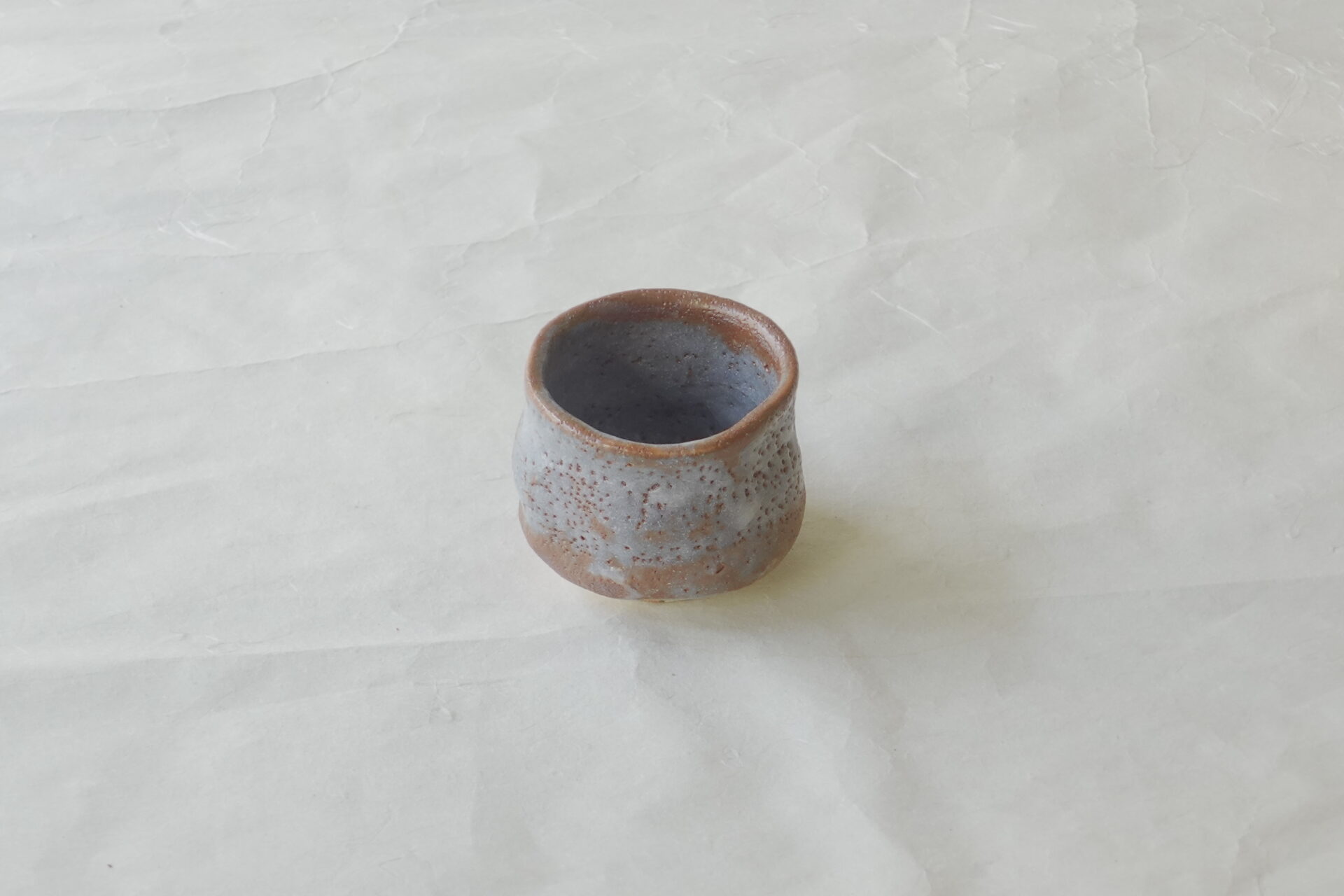 陶器 美濃焼 林亮次 荘山窯 志野 ぐい呑み 炎の芸術 力強い ねずみ志野 味わい 貫入 飲みやすい 手に馴染む 持ちやすい 安定感 プレゼント 海外 お土産 逸品 美濃焼 鉄瓶 陶器 漆 漆器 有田焼 金継ぎ 焼き物 食器 陶磁器 伝統工芸品 茶碗 工芸品 九谷焼 南部鉄器 陶芸 陶器市 岐阜 焼き物 磁器 瀬戸物 岐阜県 岐阜市 美殿町６−番地 小林漆陶 漆塗り器 織部焼 小林漆器 箸 金継ぎ お香 食器 茶道具 陶器 美濃焼専門店 お皿 ceramics ih pottery うつわ うつわ屋 お皿屋さん お茶 お茶碗 お箸 かまど この辺に陶器屋さんってあります とうきいち やきもの ガラス工房 ギフト　ギフトショップ マグカップ モダン焼物 レンジできる陶器 切子 南部鉄器 どこ　岐阜市南部鉄器販売店 南部鉄器購入 岐阜県器屋 土鍋 岐阜小洒落たお皿 お椀が出る店 器 塗り物 漆塗り 陶器屋さん 食器屋さん お椀 ひのき 岐阜城周辺茶道具 販売陶器 販売陶器屋さん 陶器店 漆器店 岐阜有名な器屋さん 岐阜県食器売ってるところ 岐阜駅 陶器工芸品店 徳利 売ってる店 急須販売 扇子 抹茶 掛け軸 修復 日本陶瓷 漆器 木の食器 樺細工 江戸切子 食器 漆の器 漆器 うるし 漆器店 漆塗 漆椀 火鉢 灰 美殿町商店街 美濃焼ショップ 岐阜市 湯呑み お店 付近 美濃焼き専門店 美濃焼販売 花瓶 茶器 オンライン輪島塗 なつめ 店近くのガラス屋さん 近くの陶器屋さん 酒器 ガラス 金継ぎ依頼 岐阜鉄器鉄瓶 取扱店 Japanese 陶器 修理 陶器専門店 陶器小売店 岐阜陶器屋 陶器店 陶磁器 陶磁器専門店 陶芸家 おすすめ お店 岐阜食洗機対応 漆椀 JapanesetablewareJapanesecrafts Japaneseceramics Japanesepottery Handcrafted TraditionalCrafts Japaneseculture Traditionalart Japaneseteautensils TeaCeremony Japaneselacquerware インテリア 一輪挿し 入れ物 陶芸 陶芸皿 陶器いろいろ 陶器店 絵皿 絵柄 オンラインショップ 置物 おひつ オーブントースター 置物スタイリッシュ お皿 オブジェ 置物かわいい お皿陶磁器 お椀陶器 陶器欠損補修 花瓶 貫入 傘立て 陶器花 カップ 花 陶磁器 陶器金継ぎ キャニスター 器 急須 京都 金彩 九州 急須 陶芸食器 コーヒーカップ コップ 小物入れ 皿 ごはん鍋 食洗機 修理 食器 修理金継ぎ 陶器販売 瀬戸物 染付 タンブラー 耐熱陶器 茶碗 近くの陶器店 通販 土物 通販 手作り陶器 陶磁器 鍋
