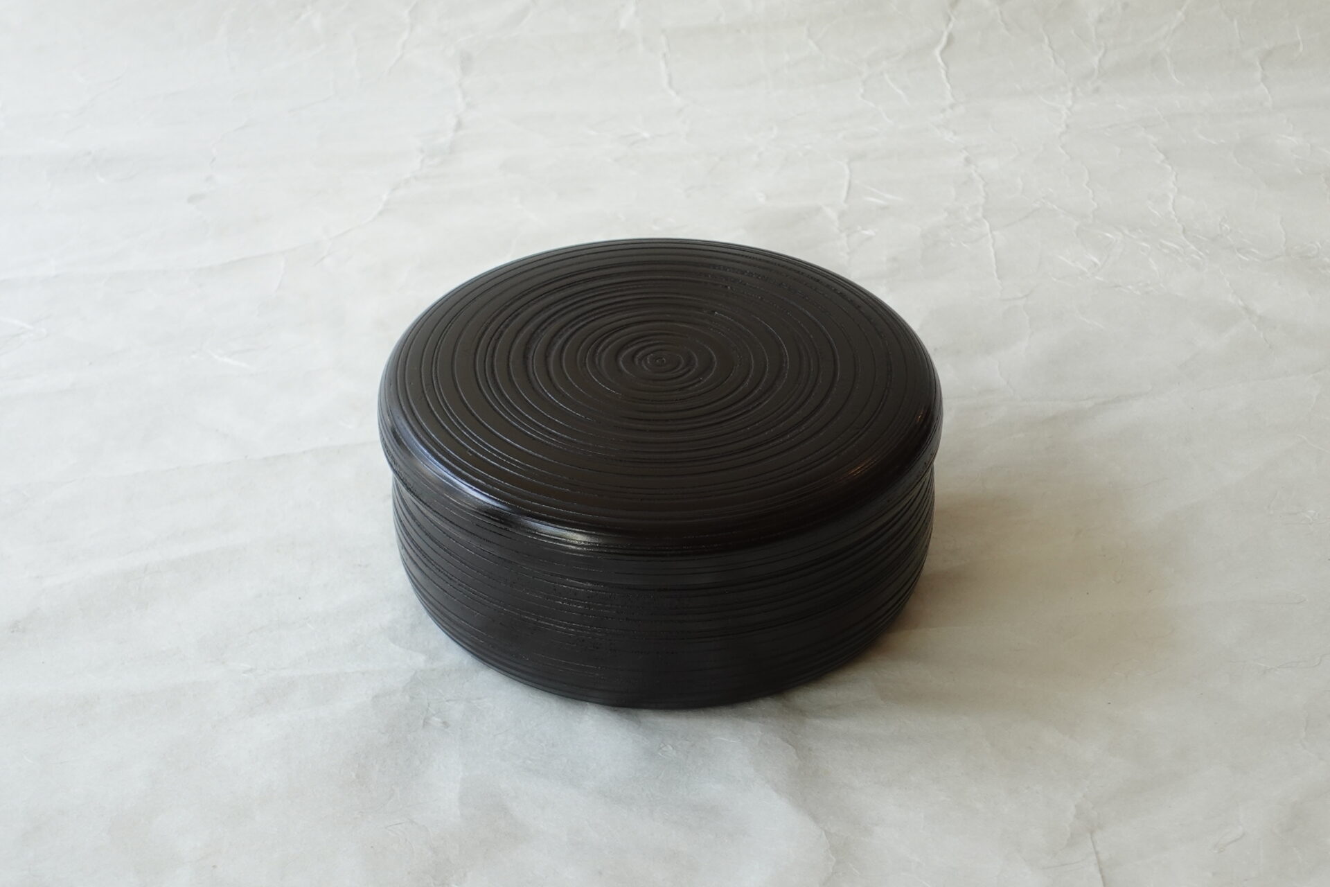 漆器 讃岐塗 木製 くりぬき 蓋付鉢 菓子器 ノミ彫り うるし 象谷塗 ぞうこくぬり 味わい 堅牢 ノミ目 手間 耐久性 永く使える 美濃焼 鉄瓶 陶器 漆 漆器 有田焼 金継ぎ 焼き物 食器 陶磁器 伝統工芸品 茶碗 工芸品 九谷焼 南部鉄器 陶芸 陶器市 岐阜 焼き物 磁器 瀬戸物 岐阜県 岐阜市 美殿町６−番地 小林漆陶 漆塗り器 織部焼 小林漆器 箸 金継ぎ お香 食器 茶道具 陶器 美濃焼専門店 お皿 ceramics ih pottery うつわ うつわ屋 お皿屋さん お茶 お茶碗 お箸 かまど この辺に陶器屋さんってあります とうきいち やきもの ガラス工房 ギフト　ギフトショップ マグカップ モダン焼物 レンジできる陶器 切子 南部鉄器 どこ　岐阜市南部鉄器販売店 南部鉄器購入 岐阜県器屋 土鍋 岐阜小洒落たお皿 お椀が出る店 器 塗り物 漆塗り 陶器屋さん 食器屋さん お椀 ひのき 岐阜城周辺茶道具 販売陶器 販売陶器屋さん 陶器店 漆器店 岐阜有名な器屋さん 岐阜県食器売ってるところ 岐阜駅 陶器工芸品店 徳利 売ってる店 急須販売 扇子 抹茶 掛け軸 修復 日本陶瓷 漆器 木の食器 樺細工 江戸切子 食器 漆の器 漆器 うるし 漆器店 漆塗 漆椀 火鉢 灰 美殿町商店街 美濃焼ショップ 岐阜市 湯呑み お店 付近 美濃焼き専門店 美濃焼販売 花瓶 茶器 オンライン輪島塗 なつめ 店近くのガラス屋さん 近くの陶器屋さん 酒器 ガラス 金継ぎ依頼 岐阜鉄器鉄瓶 取扱店 Japanese 陶器 修理 陶器専門店 陶器小売店 岐阜陶器屋 陶器店 陶磁器 陶磁器専門店 陶芸家 おすすめ お店 岐阜食洗機対応 漆椀 JapanesetablewareJapanesecrafts Japaneseceramics Japanesepottery Handcrafted TraditionalCrafts Japaneseculture Traditionalart Japaneseteautensils TeaCeremony Japaneselacquerware 漆器 漆器の手入れ 漆器の洗い方 木曽漆器 山中漆器 越前漆器 小田原漆器 会津漆器 紀州漆器 アクセサリーケース 食洗機漆器 漆器アート インテリア 石川県漆器 漆器うどん鉢 漆 漆漆器 ウレタン漆器 うなぎ重箱 絵柄 絵付けデザイン 越前漆器オンライン 越前漆器の魅力 お椀 盆 オンラインショップ お弁当箱 大皿 おしゃれ お膳 お箸 菓子器 カップ 香川漆器 菓子皿 漆器小物入れ 高級 コップ 小箱 小皿 讃岐漆器 漆器食洗機 漆器修理 汁椀 酒器 食器 汁椀 食籠 スプーン 漆器専門店 そば椀 茶筒 茶器 近くの漆器店 近くの漆器販売店 茶托漆器 漆器通販