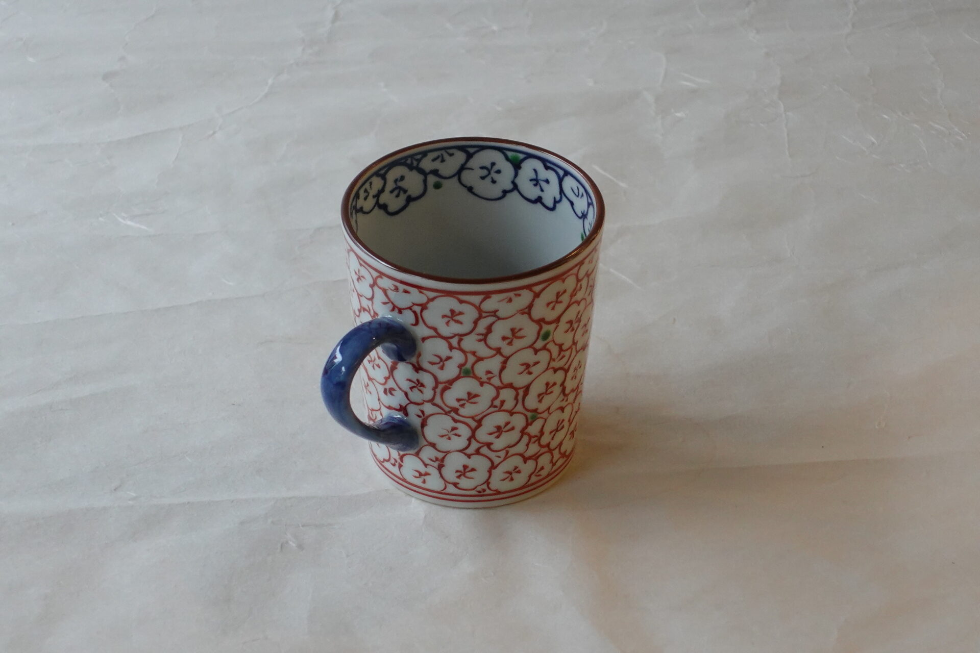 陶磁器 清水焼 陶遊 手づくり マグカップ 白磁 赤絵 花 手描き 染付 さわやか 色が映える 鮮やか お洒落 軽い 扱いやすい 飲みやすい 洗いやすい 安定性 磁器製 耐久性 デザイン性 実用性 美濃焼 鉄瓶 陶器 漆 漆器 有田焼 金継ぎ 焼き物 食器 陶磁器 伝統工芸品 茶碗 工芸品 九谷焼 南部鉄器 陶芸 陶器市 岐阜 焼き物 磁器 瀬戸物 岐阜県 岐阜市 美殿町６−番地 小林漆陶 漆塗り器 織部焼 小林漆器 箸 金継ぎ お香 食器 茶道具 陶器 美濃焼専門店 お皿 ceramics ih pottery うつわ うつわ屋 お皿屋さん お茶 お茶碗 お箸 かまど この辺に陶器屋さんってあります とうきいち やきもの ガラス工房 ギフト　ギフトショップ マグカップ モダン焼物 レンジできる陶器 切子 南部鉄器 どこ　岐阜市南部鉄器販売店 南部鉄器購入 岐阜県器屋 土鍋 岐阜小洒落たお皿 お椀が出る店 器 塗り物 漆塗り 陶器屋さん 食器屋さん お椀 ひのき 岐阜城周辺茶道具 販売陶器 販売陶器屋さん 陶器店 漆器店 岐阜有名な器屋さん 岐阜県食器売ってるところ 岐阜駅 陶器工芸品店 徳利 売ってる店 急須販売 扇子 抹茶 掛け軸 修復 日本陶瓷 漆器 木の食器 樺細工 江戸切子 食器 漆の器 漆器 うるし 漆器店 漆塗 漆椀 火鉢 灰 美殿町商店街 美濃焼ショップ 岐阜市 湯呑み お店 付近 美濃焼き専門店 美濃焼販売 花瓶 茶器 オンライン輪島塗 なつめ 店近くのガラス屋さん 近くの陶器屋さん 酒器 ガラス 金継ぎ依頼 岐阜鉄器鉄瓶 取扱店 Japanese 陶器 修理 陶器専門店 陶器小売店 岐阜陶器屋 陶器店 陶磁器 陶磁器専門店 陶芸家 おすすめ お店 岐阜食洗機対応 漆椀 Gifu JapanesetablewareJapanesecrafts Japaneseceramics Japanesepottery Handcrafted TraditionalCrafts Japaneseculture Traditionalart Japaneseteautensils TeaCeremony Japaneselacquerware インテリア 一輪挿し 入れ物 陶芸 陶芸皿 陶器いろいろ 陶器店 絵皿 絵柄 オンラインショップ 置物 おひつ オーブントースター 置物スタイリッシュ お皿 オブジェ 置物かわいい お皿陶磁器 お椀陶器 陶器欠損補修 花瓶 貫入 傘立て 陶器花 カップ 花 陶磁器 陶器金継ぎ キャニスター 器 急須 京都 金彩 九州 急須 陶芸食器 コーヒーカップ コップ 小物入れ 皿 ごはん鍋 食洗機 修理 食器 修理金継ぎ 陶器販売 瀬戸物 染付 タンブラー 耐熱陶器 茶碗 近くの陶器店 通販 土物 通販 手作り陶器 陶磁器 鍋