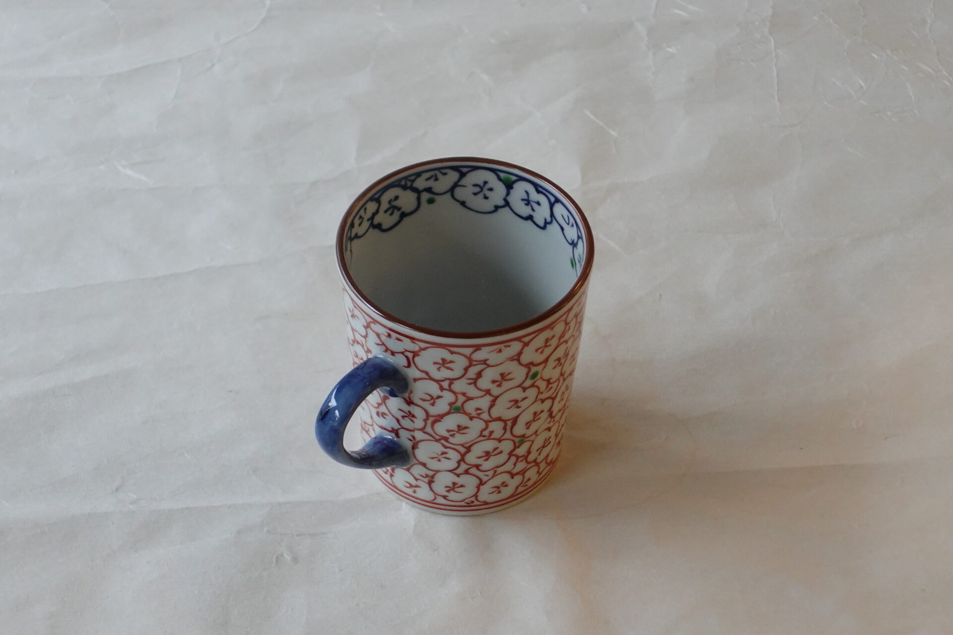 陶磁器 清水焼 陶遊 手づくり マグカップ 白磁 赤絵 花 手描き 染付 さわやか 色が映える 鮮やか お洒落 軽い 扱いやすい 飲みやすい 洗いやすい 安定性 磁器製 耐久性 デザイン性 実用性 美濃焼 鉄瓶 陶器 漆 漆器 有田焼 金継ぎ 焼き物 食器 陶磁器 伝統工芸品 茶碗 工芸品 九谷焼 南部鉄器 陶芸 陶器市 岐阜 焼き物 磁器 瀬戸物 岐阜県 岐阜市 美殿町６−番地 小林漆陶 漆塗り器 織部焼 小林漆器 箸 金継ぎ お香 食器 茶道具 陶器 美濃焼専門店 お皿 ceramics ih pottery うつわ うつわ屋 お皿屋さん お茶 お茶碗 お箸 かまど この辺に陶器屋さんってあります とうきいち やきもの ガラス工房 ギフト　ギフトショップ マグカップ モダン焼物 レンジできる陶器 切子 南部鉄器 どこ　岐阜市南部鉄器販売店 南部鉄器購入 岐阜県器屋 土鍋 岐阜小洒落たお皿 お椀が出る店 器 塗り物 漆塗り 陶器屋さん 食器屋さん お椀 ひのき 岐阜城周辺茶道具 販売陶器 販売陶器屋さん 陶器店 漆器店 岐阜有名な器屋さん 岐阜県食器売ってるところ 岐阜駅 陶器工芸品店 徳利 売ってる店 急須販売 扇子 抹茶 掛け軸 修復 日本陶瓷 漆器 木の食器 樺細工 江戸切子 食器 漆の器 漆器 うるし 漆器店 漆塗 漆椀 火鉢 灰 美殿町商店街 美濃焼ショップ 岐阜市 湯呑み お店 付近 美濃焼き専門店 美濃焼販売 花瓶 茶器 オンライン輪島塗 なつめ 店近くのガラス屋さん 近くの陶器屋さん 酒器 ガラス 金継ぎ依頼 岐阜鉄器鉄瓶 取扱店 Japanese 陶器 修理 陶器専門店 陶器小売店 岐阜陶器屋 陶器店 陶磁器 陶磁器専門店 陶芸家 おすすめ お店 岐阜食洗機対応 漆椀 Gifu JapanesetablewareJapanesecrafts Japaneseceramics Japanesepottery Handcrafted TraditionalCrafts Japaneseculture Traditionalart Japaneseteautensils TeaCeremony Japaneselacquerware インテリア 一輪挿し 入れ物 陶芸 陶芸皿 陶器いろいろ 陶器店 絵皿 絵柄 オンラインショップ 置物 おひつ オーブントースター 置物スタイリッシュ お皿 オブジェ 置物かわいい お皿陶磁器 お椀陶器 陶器欠損補修 花瓶 貫入 傘立て 陶器花 カップ 花 陶磁器 陶器金継ぎ キャニスター 器 急須 京都 金彩 九州 急須 陶芸食器 コーヒーカップ コップ 小物入れ 皿 ごはん鍋 食洗機 修理 食器 修理金継ぎ 陶器販売 瀬戸物 染付 タンブラー 耐熱陶器 茶碗 近くの陶器店 通販 土物 通販 手作り陶器 陶磁器 鍋