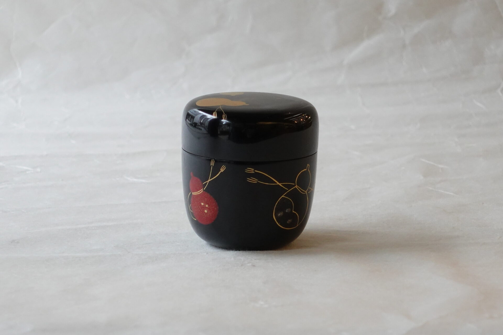 漆器 越前塗 木製 手塗り 本うるし 中棗 茶道 茶の湯 茶道具 瓢箪 青海波 亀甲 七宝 金散らし 螺鈿 らでん 手間 高い技術 六瓢 無病 茶器 美濃焼 鉄瓶 陶器 漆 漆器 有田焼 金継ぎ 焼き物 食器 陶磁器 伝統工芸品 茶碗 工芸品 九谷焼 南部鉄器 陶芸 陶器市 岐阜 焼き物 磁器 瀬戸物 岐阜県 岐阜市 美殿町６−番地 小林漆陶 漆塗り器 織部焼 小林漆器 箸 金継ぎ お香 食器 茶道具 陶器 美濃焼専門店 お皿 ceramics ih pottery うつわ うつわ屋 お皿屋さん お茶 お茶碗 お箸 かまど この辺に陶器屋さんってあります とうきいち やきもの ガラス工房 ギフト　ギフトショップ マグカップ モダン焼物 レンジできる陶器 切子 南部鉄器 どこ　岐阜市南部鉄器販売店 南部鉄器購入 岐阜県器屋 土鍋 岐阜小洒落たお皿 お椀が出る店 器 塗り物 漆塗り 陶器屋さん 食器屋さん お椀 ひのき 岐阜城周辺茶道具 販売陶器 販売陶器屋さん 陶器店 漆器店 岐阜有名な器屋さん 岐阜県食器売ってるところ 岐阜駅 陶器工芸品店 徳利 売ってる店 急須販売 扇子 抹茶 掛け軸 修復 日本陶瓷 漆器 木の食器 樺細工 江戸切子 食器 漆の器 漆器 うるし 漆器店 漆塗 漆椀 火鉢 灰 美殿町商店街 美濃焼ショップ 岐阜市 湯呑み お店 付近 美濃焼き専門店 美濃焼販売 花瓶 茶器 オンライン輪島塗 なつめ 店近くのガラス屋さん 近くの陶器屋さん 酒器 ガラス 金継ぎ依頼 岐阜鉄器鉄瓶 取扱店 Japanese 陶器 修理 陶器専門店 陶器小売店 岐阜陶器屋 陶器店 陶磁器 陶磁器専門店 陶芸家 おすすめ お店 岐阜食洗機対応 漆椀 Gifu JapanesetablewareJapanesecrafts Japaneseceramics Japanesepottery Handcrafted TraditionalCrafts Japaneseculture Traditionalart Japaneseteautensils TeaCeremony Japaneselacquerware 棗 お茶道具セット 近くの茶道具店 荒目板 茶道具の扱い方 一閑茶張り 茶道具一式 糸巻棚 裏千家入門セット 薄板 歌花筒 茶道具通販 裏千家 円座 干支扇子 オンラインショップ 茶道具オンライン 茶道稽古セット 表千家茶道具 お抹茶セット 釜 かいし 懐紙 菓子器 懐紙入れ 皆具 官休庵 黒文字 桑小卓 黒茶碗 黒柿 建水 結界 携帯用茶道具 稽古用茶道具 香合 香炉 茶通箱 初心者セット 仕覆 茶道具収納箱 敷板 杓立て すいはつ 数寄屋袋 透木釜 数茶碗 炭斗 水滴 すいはつ 茶道具専門店