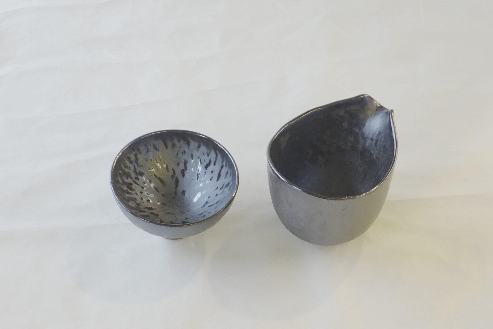 陶器 美濃焼 銀彩 酒器 ぐい呑み 注器 渋い 侘びた雰囲気 シルバー お洒落 大ぶり スタイリッシュ 質感高い 高級感 重厚感 軽い 使いやすい 飽きが来ない 美濃焼 鉄瓶 陶器 漆 漆器 有田焼 金継ぎ 焼き物 食器 陶磁器 伝統工芸品 茶碗 工芸品 九谷焼 南部鉄器 陶芸 陶器市 岐阜 焼き物 磁器 瀬戸物 岐阜県 岐阜市 美殿町６−番地 小林漆陶 漆塗り器 織部焼 小林漆器 箸 金継ぎ お香 食器 茶道具 陶器 美濃焼専門店 お皿 ceramics ih pottery うつわ うつわ屋 お皿屋さん お茶 お茶碗 お箸 かまど この辺に陶器屋さんってあります とうきいち やきもの ガラス工房 ギフト　ギフトショップ マグカップ モダン焼物 レンジできる陶器 切子 南部鉄器 どこ　岐阜市南部鉄器販売店 南部鉄器購入 岐阜県器屋 土鍋 岐阜小洒落たお皿 お椀が出る店 器 塗り物 漆塗り 陶器屋さん 食器屋さん お椀 ひのき 岐阜城周辺茶道具 販売陶器 販売陶器屋さん 陶器店 漆器店 岐阜有名な器屋さん 岐阜県食器売ってるところ 岐阜駅 陶器工芸品店 徳利 売ってる店 急須販売 扇子 抹茶 掛け軸 修復 日本陶瓷 漆器 木の食器 樺細工 江戸切子 食器 漆の器 漆器 うるし 漆器店 漆塗 漆椀 火鉢 灰 美殿町商店街 美濃焼ショップ 岐阜市 湯呑み お店 付近 美濃焼き専門店 美濃焼販売 花瓶 茶器 オンライン輪島塗 なつめ 店近くのガラス屋さん 近くの陶器屋さん 酒器 ガラス 金継ぎ依頼 岐阜鉄器鉄瓶 取扱店 Japanese 陶器 修理 陶器専門店 陶器小売店 岐阜陶器屋 陶器店 陶磁器 陶磁器専門店 陶芸家 おすすめ お店 岐阜食洗機対応 漆椀 Gifu JapanesetablewareJapanesecrafts Japaneseceramics Japanesepottery Handcrafted TraditionalCrafts Japaneseculture Traditionalart Japaneseteautensils TeaCeremony Japaneselacquerware インテリア 一輪挿し 入れ物 陶芸 陶芸皿 陶器いろいろ 陶器店 絵皿 絵柄 オンラインショップ 置物 おひつ オーブントースター 置物スタイリッシュ お皿 オブジェ 置物かわいい お皿陶磁器 お椀陶器 陶器欠損補修 花瓶 貫入 傘立て 陶器花 カップ 花 陶磁器 陶器金継ぎ キャニスター 器 急須 京都 金彩 九州 急須 陶芸食器 コーヒーカップ コップ 小物入れ 皿 ごはん鍋 食洗機 修理 食器 修理金継ぎ 陶器販売 瀬戸物 染付 タンブラー 耐熱陶器 茶碗 近くの陶器店 通販 土物 通販 手作り陶器 陶磁器 鍋