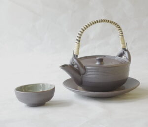 陶器 清水焼 南蛮 手づくり 土瓶蒸し 焼き締め ろくろ 平型 口が広い 食べやすい 洗いやすい 使いやすい 衛生的 美濃焼 鉄瓶 陶器 漆 漆器 有田焼 金継ぎ 焼き物 食器 陶磁器 伝統工芸品 茶碗 工芸品 九谷焼 南部鉄器 陶芸 陶器市 岐阜 焼き物 磁器 瀬戸物 岐阜県 岐阜市 美殿町６−番地 小林漆陶 漆塗り器 織部焼 小林漆器 箸 金継ぎ お香 食器 茶道具 陶器 美濃焼専門店 お皿 ceramics ih pottery うつわ うつわ屋 お皿屋さん お茶 お茶碗 お箸 かまど この辺に陶器屋さんってあります とうきいち やきもの ガラス工房 ギフト　ギフトショップ マグカップ モダン焼物 レンジできる陶器 切子 南部鉄器 どこ　岐阜市南部鉄器販売店 南部鉄器購入 岐阜県器屋 土鍋 岐阜小洒落たお皿 お椀が出る店 器 塗り物 漆塗り 陶器屋さん 食器屋さん お椀 ひのき 岐阜城周辺茶道具 販売陶器 販売陶器屋さん 陶器店 漆器店 岐阜有名な器屋さん 岐阜県食器売ってるところ 岐阜駅 陶器工芸品店 徳利 売ってる店 急須販売 扇子 抹茶 掛け軸 修復 日本陶瓷 漆器 木の食器 樺細工 江戸切子 食器 漆の器 漆器 うるし 漆器店 漆塗 漆椀 火鉢 灰 美殿町商店街 美濃焼ショップ 岐阜市 湯呑み お店 付近 美濃焼き専門店 美濃焼販売 花瓶 茶器 オンライン輪島塗 なつめ 店近くのガラス屋さん 近くの陶器屋さん 酒器 ガラス 金継ぎ依頼 岐阜鉄器鉄瓶 取扱店 Japanese 陶器 修理 陶器専門店 陶器小売店 岐阜陶器屋 陶器店 陶磁器 陶磁器専門店 陶芸家 おすすめ お店 岐阜食洗機対応 漆椀 Gifu JapanesetablewareJapanesecrafts Japaneseceramics Japanesepottery Handcrafted TraditionalCrafts Japaneseculture Traditionalart Japaneseteautensils TeaCeremony Japaneselacquerware インテリア 一輪挿し 入れ物 陶芸 陶芸皿 陶器いろいろ 陶器店 絵皿 絵柄 オンラインショップ 置物 おひつ オーブントースター 置物スタイリッシュ お皿 オブジェ 置物かわいい お皿陶磁器 お椀陶器 陶器欠損補修 花瓶 貫入 傘立て 陶器花 カップ 花 陶磁器 陶器金継ぎ キャニスター 器 急須 京都 金彩 九州 急須 陶芸食器 コーヒーカップ コップ 小物入れ 皿 ごはん鍋 食洗機 修理 食器 修理金継ぎ 陶器販売 瀬戸物 染付 タンブラー 耐熱陶器 茶碗 近くの陶器店 通販 土物 通販 手作り陶器 陶磁器 鍋