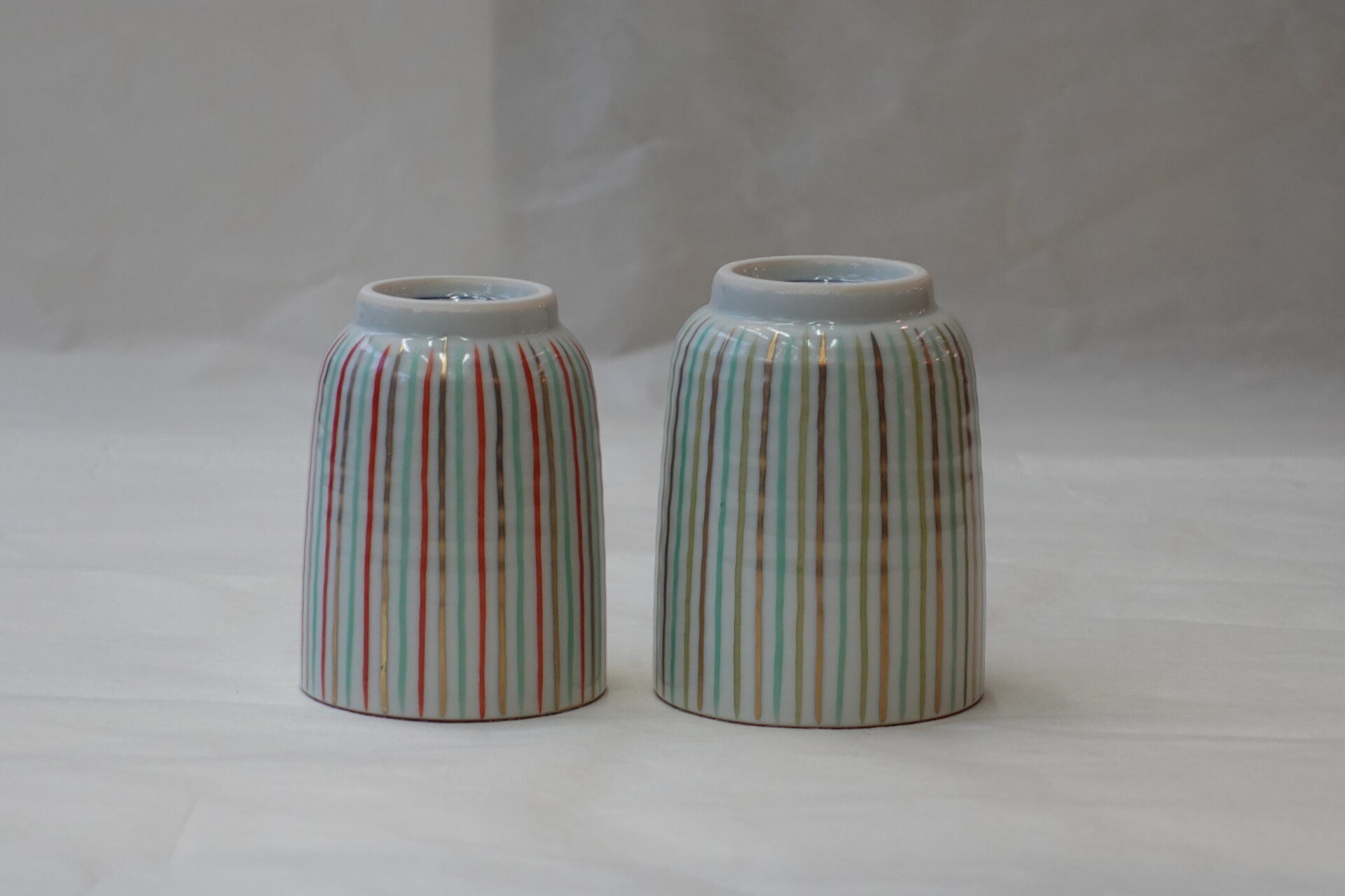 陶磁器 清水焼 手づくり 組湯呑 白磁 ろくろ成形 十草 手描き 細やか 彩豊か 優しいデザイン ろくろ目 繊細 耐久性 普段使い 実用的 シンプル 飽きが来ない 永く使える 夫婦湯呑 美濃焼 鉄瓶 陶器 漆 漆器 有田焼 金継ぎ 焼き物 食器 陶磁器 伝統工芸品 茶碗 工芸品 九谷焼 南部鉄器 陶芸 陶器市 岐阜 焼き物 磁器 瀬戸物 岐阜県 岐阜市 美殿町６−番地 小林漆陶 漆塗り器 織部焼 小林漆器 箸 金継ぎ お香 食器 茶道具 陶器 美濃焼専門店 お皿 ceramics ih pottery うつわ うつわ屋 お皿屋さん お茶 お茶碗 お箸 かまど この辺に陶器屋さんってあります とうきいち やきもの ガラス工房 ギフト　ギフトショップ マグカップ モダン焼物 レンジできる陶器 切子 南部鉄器 どこ　岐阜市南部鉄器販売店 南部鉄器購入 岐阜県器屋 土鍋 岐阜小洒落たお皿 お椀が出る店 器 塗り物 漆塗り 陶器屋さん 食器屋さん お椀 ひのき 岐阜城周辺茶道具 販売陶器 販売陶器屋さん 陶器店 漆器店 岐阜有名な器屋さん 岐阜県食器売ってるところ 岐阜駅 陶器工芸品店 徳利 売ってる店 急須販売 扇子 抹茶 掛け軸 修復 日本陶瓷 漆器 木の食器 樺細工 江戸切子 食器 漆の器 漆器 うるし 漆器店 漆塗 漆椀 火鉢 灰 美殿町商店街 美濃焼ショップ 岐阜市 湯呑み お店 付近 美濃焼き専門店 美濃焼販売 花瓶 茶器 オンライン輪島塗 なつめ 店近くのガラス屋さん 近くの陶器屋さん 酒器 ガラス 金継ぎ依頼 岐阜鉄器鉄瓶 取扱店 Japanese 陶器 修理 陶器専門店 陶器小売店 岐阜陶器屋 陶器店 陶磁器 陶磁器専門店 陶芸家 おすすめ お店 岐阜食洗機対応 漆椀 Gifu JapanesetablewareJapanesecrafts Japaneseceramics Japanesepottery Handcrafted TraditionalCrafts Japaneseculture Traditionalart Japaneseteautensils TeaCeremony Japaneselacquerware インテリア 一輪挿し 入れ物 陶芸 陶芸皿 陶器いろいろ 陶器店 絵皿 絵柄 オンラインショップ 置物 おひつ オーブントースター 置物スタイリッシュ お皿 オブジェ 置物かわいい お皿陶磁器 お椀陶器 陶器欠損補修 花瓶 貫入 傘立て 陶器花 カップ 花 陶磁器 陶器金継ぎ キャニスター 器 急須 京都 金彩 九州 急須 陶芸食器 コーヒーカップ コップ 小物入れ 皿 ごはん鍋 食洗機 修理 食器 修理金継ぎ 陶器販売 瀬戸物 染付 タンブラー 耐熱陶器 茶碗 近くの陶器店 通販 土物 通販 手作り陶器 陶磁器 鍋