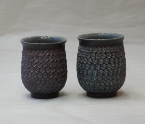 陶器 清水焼 手づくり 組湯呑 南蛮 ざっくり 三島 印花 高度な職人技術 土もの 味わい 重厚感 ろくろ成形 軽い 扱いやすい羽反り口 口当たりが良い 飲みやすい 美濃焼 鉄瓶 陶器 漆 漆器 有田焼 金継ぎ 焼き物 食器 陶磁器 伝統工芸品 茶碗 工芸品 九谷焼 南部鉄器 陶芸 陶器市 岐阜 焼き物 磁器 瀬戸物 岐阜県 岐阜市 美殿町６−番地 小林漆陶 漆塗り器 織部焼 小林漆器 箸 金継ぎ お香 食器 茶道具 陶器 美濃焼専門店 お皿 ceramics ih pottery うつわ うつわ屋 お皿屋さん お茶 お茶碗 お箸 かまど この辺に陶器屋さんってあります とうきいち やきもの ガラス工房 ギフト　ギフトショップ マグカップ モダン焼物 レンジできる陶器 切子 南部鉄器 どこ　岐阜市南部鉄器販売店 南部鉄器購入 岐阜県器屋 土鍋 岐阜小洒落たお皿 お椀が出る店 器 塗り物 漆塗り 陶器屋さん 食器屋さん お椀 ひのき 岐阜城周辺茶道具 販売陶器 販売陶器屋さん 陶器店 漆器店 岐阜有名な器屋さん 岐阜県食器売ってるところ 岐阜駅 陶器工芸品店 徳利 売ってる店 急須販売 扇子 抹茶 掛け軸 修復 日本陶瓷 漆器 木の食器 樺細工 江戸切子 食器 漆の器 漆器 うるし 漆器店 漆塗 漆椀 火鉢 灰 美殿町商店街 美濃焼ショップ 岐阜市 湯呑み お店 付近 美濃焼き専門店 美濃焼販売 花瓶 茶器 オンライン輪島塗 なつめ 店近くのガラス屋さん 近くの陶器屋さん 酒器 ガラス 金継ぎ依頼 岐阜鉄器鉄瓶 取扱店 Japanese 陶器 修理 陶器専門店 陶器小売店 岐阜陶器屋 陶器店 陶磁器 陶磁器専門店 陶芸家 おすすめ お店 岐阜食洗機対応 漆椀 Gifu JapanesetablewareJapanesecrafts Japaneseceramics Japanesepottery Handcrafted TraditionalCrafts Japaneseculture Traditionalart Japaneseteautensils TeaCeremony Japaneselacquerware インテリア 一輪挿し 入れ物 陶芸 陶芸皿 陶器いろいろ 陶器店 絵皿 絵柄 オンラインショップ 置物 おひつ オーブントースター 置物スタイリッシュ お皿 オブジェ 置物かわいい お皿陶磁器 お椀陶器 陶器欠損補修 花瓶 貫入 傘立て 陶器花 カップ 花 陶磁器 陶器金継ぎ キャニスター 器 急須 京都 金彩 九州 急須 陶芸食器 コーヒーカップ コップ 小物入れ 皿 ごはん鍋 食洗機 修理 食器 修理金継ぎ 陶器販売 瀬戸物 染付 タンブラー 耐熱陶器 茶碗 近くの陶器店 通販 土物 通販 手作り陶器 陶磁器 鍋