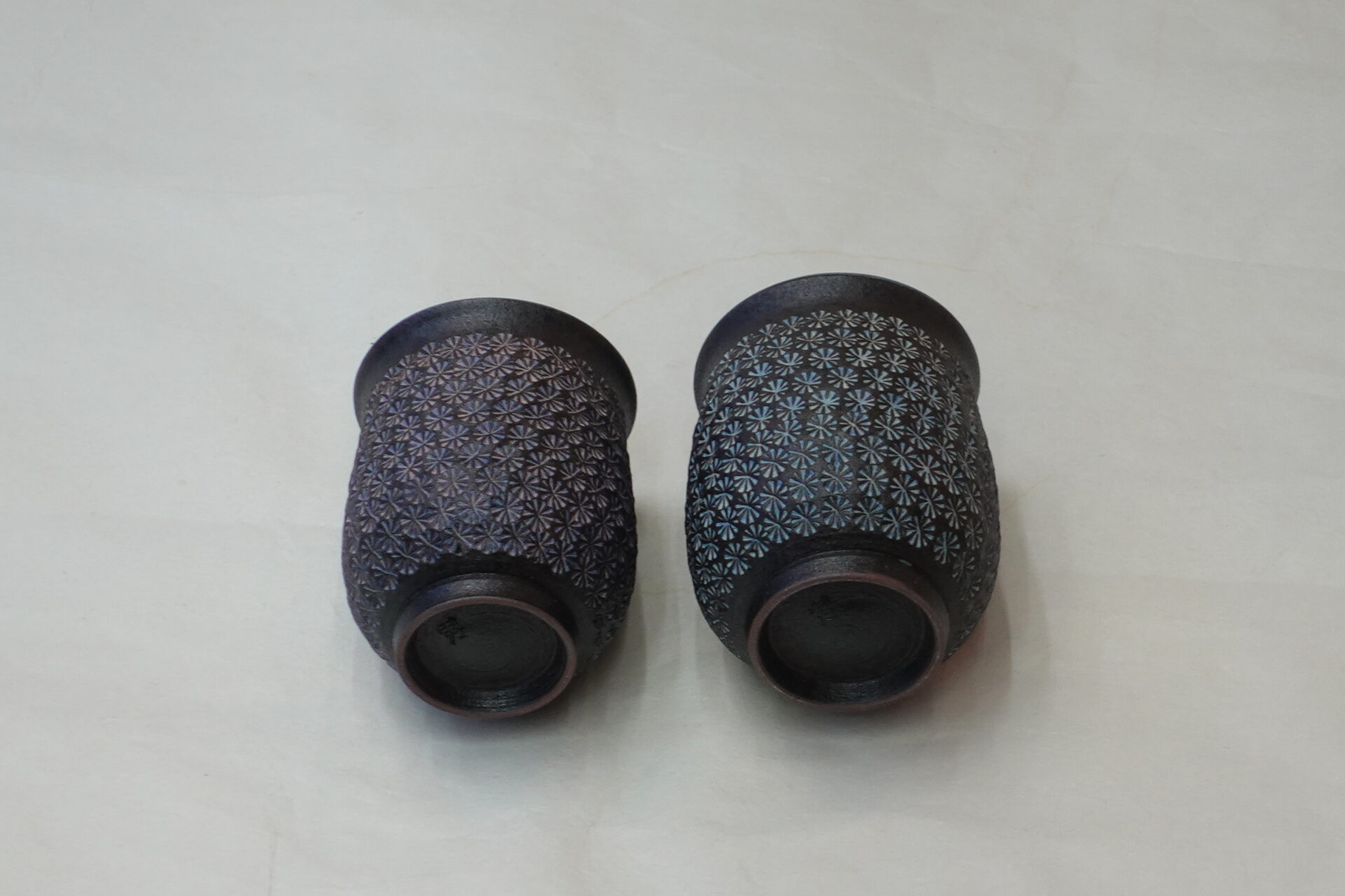 陶器 清水焼 手づくり 組湯呑 南蛮 ざっくり 三島 印花 高度な職人技術 土もの 味わい 重厚感 ろくろ成形 軽い 扱いやすい羽反り口 口当たりが良い 飲みやすい 美濃焼 鉄瓶 陶器 漆 漆器 有田焼 金継ぎ 焼き物 食器 陶磁器 伝統工芸品 茶碗 工芸品 九谷焼 南部鉄器 陶芸 陶器市 岐阜 焼き物 磁器 瀬戸物 岐阜県 岐阜市 美殿町６−番地 小林漆陶 漆塗り器 織部焼 小林漆器 箸 金継ぎ お香 食器 茶道具 陶器 美濃焼専門店 お皿 ceramics ih pottery うつわ うつわ屋 お皿屋さん お茶 お茶碗 お箸 かまど この辺に陶器屋さんってあります とうきいち やきもの ガラス工房 ギフト　ギフトショップ マグカップ モダン焼物 レンジできる陶器 切子 南部鉄器 どこ　岐阜市南部鉄器販売店 南部鉄器購入 岐阜県器屋 土鍋 岐阜小洒落たお皿 お椀が出る店 器 塗り物 漆塗り 陶器屋さん 食器屋さん お椀 ひのき 岐阜城周辺茶道具 販売陶器 販売陶器屋さん 陶器店 漆器店 岐阜有名な器屋さん 岐阜県食器売ってるところ 岐阜駅 陶器工芸品店 徳利 売ってる店 急須販売 扇子 抹茶 掛け軸 修復 日本陶瓷 漆器 木の食器 樺細工 江戸切子 食器 漆の器 漆器 うるし 漆器店 漆塗 漆椀 火鉢 灰 美殿町商店街 美濃焼ショップ 岐阜市 湯呑み お店 付近 美濃焼き専門店 美濃焼販売 花瓶 茶器 オンライン輪島塗 なつめ 店近くのガラス屋さん 近くの陶器屋さん 酒器 ガラス 金継ぎ依頼 岐阜鉄器鉄瓶 取扱店 Japanese 陶器 修理 陶器専門店 陶器小売店 岐阜陶器屋 陶器店 陶磁器 陶磁器専門店 陶芸家 おすすめ お店 岐阜食洗機対応 漆椀 Gifu JapanesetablewareJapanesecrafts Japaneseceramics Japanesepottery Handcrafted TraditionalCrafts Japaneseculture Traditionalart Japaneseteautensils TeaCeremony Japaneselacquerware インテリア 一輪挿し 入れ物 陶芸 陶芸皿 陶器いろいろ 陶器店 絵皿 絵柄 オンラインショップ 置物 おひつ オーブントースター 置物スタイリッシュ お皿 オブジェ 置物かわいい お皿陶磁器 お椀陶器 陶器欠損補修 花瓶 貫入 傘立て 陶器花 カップ 花 陶磁器 陶器金継ぎ キャニスター 器 急須 京都 金彩 九州 急須 陶芸食器 コーヒーカップ コップ 小物入れ 皿 ごはん鍋 食洗機 修理 食器 修理金継ぎ 陶器販売 瀬戸物 染付 タンブラー 耐熱陶器 茶碗 近くの陶器店 通販 土物 通販 手作り陶器 陶磁器 鍋