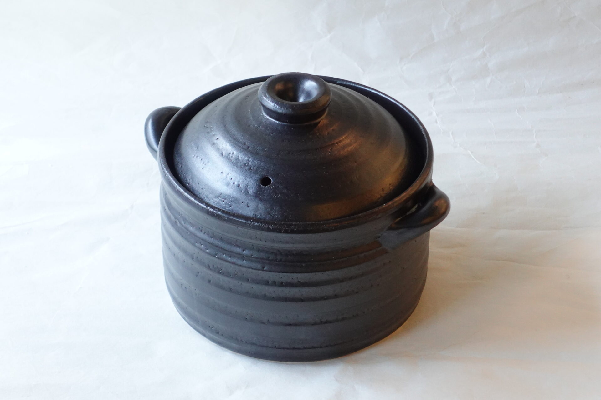 陶器 万古焼 美味しくご飯を炊ける ご飯土鍋 ご飯専用 IH 直火 目盛り 二重蓋 吹きこぼれしにくい 内蓋の圧力 より美味しく 旨味 甘み 引き出す 遠赤外線効果 芯まで熱が通る ふっくら 蒸らし 手軽 使いやすい シンプルなデザイン 永く使える 機能的 美濃焼 鉄瓶 陶器 漆 漆器 有田焼 金継ぎ 焼き物 食器 陶磁器 伝統工芸品 茶碗 工芸品 九谷焼 南部鉄器 陶芸 陶器市 岐阜 焼き物 磁器 瀬戸物 岐阜県 岐阜市 美殿町６−番地 小林漆陶 漆塗り器 織部焼 小林漆器 箸 金継ぎ お香 食器 茶道具 陶器 美濃焼専門店 お皿 ceramics ih pottery うつわ うつわ屋 お皿屋さん お茶 お茶碗 お箸 かまど この辺に陶器屋さんってあります とうきいち やきもの ガラス工房 ギフト　ギフトショップ マグカップ モダン焼物 レンジできる陶器 切子 南部鉄器 どこ　岐阜市南部鉄器販売店 南部鉄器購入 岐阜県器屋 土鍋 岐阜小洒落たお皿 お椀が出る店 器 塗り物 漆塗り 陶器屋さん 食器屋さん お椀 ひのき 岐阜城周辺茶道具 販売陶器 販売陶器屋さん 陶器店 漆器店 岐阜有名な器屋さん 岐阜県食器売ってるところ 岐阜駅 陶器工芸品店 徳利 売ってる店 急須販売 扇子 抹茶 掛け軸 修復 日本陶瓷 漆器 木の食器 樺細工 江戸切子 食器 漆の器 漆器 うるし 漆器店 漆塗 漆椀 火鉢 灰 美殿町商店街 美濃焼ショップ 岐阜市 湯呑み お店 付近 美濃焼き専門店 美濃焼販売 花瓶 茶器 オンライン輪島塗 なつめ 店近くのガラス屋さん 近くの陶器屋さん 酒器 ガラス 金継ぎ依頼 岐阜鉄器鉄瓶 取扱店 Japanese 陶器 修理 陶器専門店 陶器小売店 岐阜陶器屋 陶器店 陶磁器 陶磁器専門店 陶芸家 おすすめ お店 岐阜食洗機対応 漆椀 Gifu JapanesetablewareJapanesecrafts Japaneseceramics Japanesepottery Handcrafted TraditionalCrafts Japaneseculture Traditionalart Japaneseteautensils TeaCeremony Japaneselacquerware インテリア 一輪挿し 入れ物 陶芸 陶芸皿 陶器いろいろ 陶器店 絵皿 絵柄 オンラインショップ 置物 おひつ オーブントースター 置物スタイリッシュ お皿 オブジェ 置物かわいい お皿陶磁器 お椀陶器 陶器欠損補修 花瓶 貫入 傘立て 陶器花 カップ 花 陶磁器 陶器金継ぎ キャニスター 器 急須 京都 金彩 九州 急須 陶芸食器 コーヒーカップ コップ 小物入れ 皿 ごはん鍋 食洗機 修理 食器 修理金継ぎ 陶器販売 瀬戸物 染付 タンブラー 耐熱陶器 茶碗 近くの陶器店 通販 土物 通販 手作り陶器 陶磁器 鍋