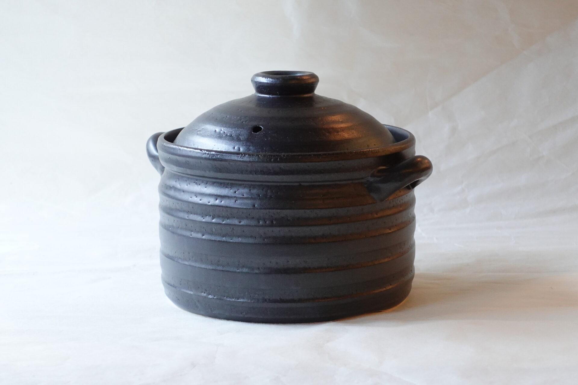 陶器 万古焼 美味しくご飯を炊ける ご飯土鍋 ご飯専用 IH 直火 目盛り 二重蓋 吹きこぼれしにくい 内蓋の圧力 より美味しく 旨味 甘み 引き出す 遠赤外線効果 芯まで熱が通る ふっくら 蒸らし 手軽 使いやすい シンプルなデザイン 永く使える 機能的 美濃焼 鉄瓶 陶器 漆 漆器 有田焼 金継ぎ 焼き物 食器 陶磁器 伝統工芸品 茶碗 工芸品 九谷焼 南部鉄器 陶芸 陶器市 岐阜 焼き物 磁器 瀬戸物 岐阜県 岐阜市 美殿町６−番地 小林漆陶 漆塗り器 織部焼 小林漆器 箸 金継ぎ お香 食器 茶道具 陶器 美濃焼専門店 お皿 ceramics ih pottery うつわ うつわ屋 お皿屋さん お茶 お茶碗 お箸 かまど この辺に陶器屋さんってあります とうきいち やきもの ガラス工房 ギフト　ギフトショップ マグカップ モダン焼物 レンジできる陶器 切子 南部鉄器 どこ　岐阜市南部鉄器販売店 南部鉄器購入 岐阜県器屋 土鍋 岐阜小洒落たお皿 お椀が出る店 器 塗り物 漆塗り 陶器屋さん 食器屋さん お椀 ひのき 岐阜城周辺茶道具 販売陶器 販売陶器屋さん 陶器店 漆器店 岐阜有名な器屋さん 岐阜県食器売ってるところ 岐阜駅 陶器工芸品店 徳利 売ってる店 急須販売 扇子 抹茶 掛け軸 修復 日本陶瓷 漆器 木の食器 樺細工 江戸切子 食器 漆の器 漆器 うるし 漆器店 漆塗 漆椀 火鉢 灰 美殿町商店街 美濃焼ショップ 岐阜市 湯呑み お店 付近 美濃焼き専門店 美濃焼販売 花瓶 茶器 オンライン輪島塗 なつめ 店近くのガラス屋さん 近くの陶器屋さん 酒器 ガラス 金継ぎ依頼 岐阜鉄器鉄瓶 取扱店 Japanese 陶器 修理 陶器専門店 陶器小売店 岐阜陶器屋 陶器店 陶磁器 陶磁器専門店 陶芸家 おすすめ お店 岐阜食洗機対応 漆椀 Gifu JapanesetablewareJapanesecrafts Japaneseceramics Japanesepottery Handcrafted TraditionalCrafts Japaneseculture Traditionalart Japaneseteautensils TeaCeremony Japaneselacquerware インテリア 一輪挿し 入れ物 陶芸 陶芸皿 陶器いろいろ 陶器店 絵皿 絵柄 オンラインショップ 置物 おひつ オーブントースター 置物スタイリッシュ お皿 オブジェ 置物かわいい お皿陶磁器 お椀陶器 陶器欠損補修 花瓶 貫入 傘立て 陶器花 カップ 花 陶磁器 陶器金継ぎ キャニスター 器 急須 京都 金彩 九州 急須 陶芸食器 コーヒーカップ コップ 小物入れ 皿 ごはん鍋 食洗機 修理 食器 修理金継ぎ 陶器販売 瀬戸物 染付 タンブラー 耐熱陶器 茶碗 近くの陶器店 通販 土物 通販 手作り陶器 陶磁器 鍋