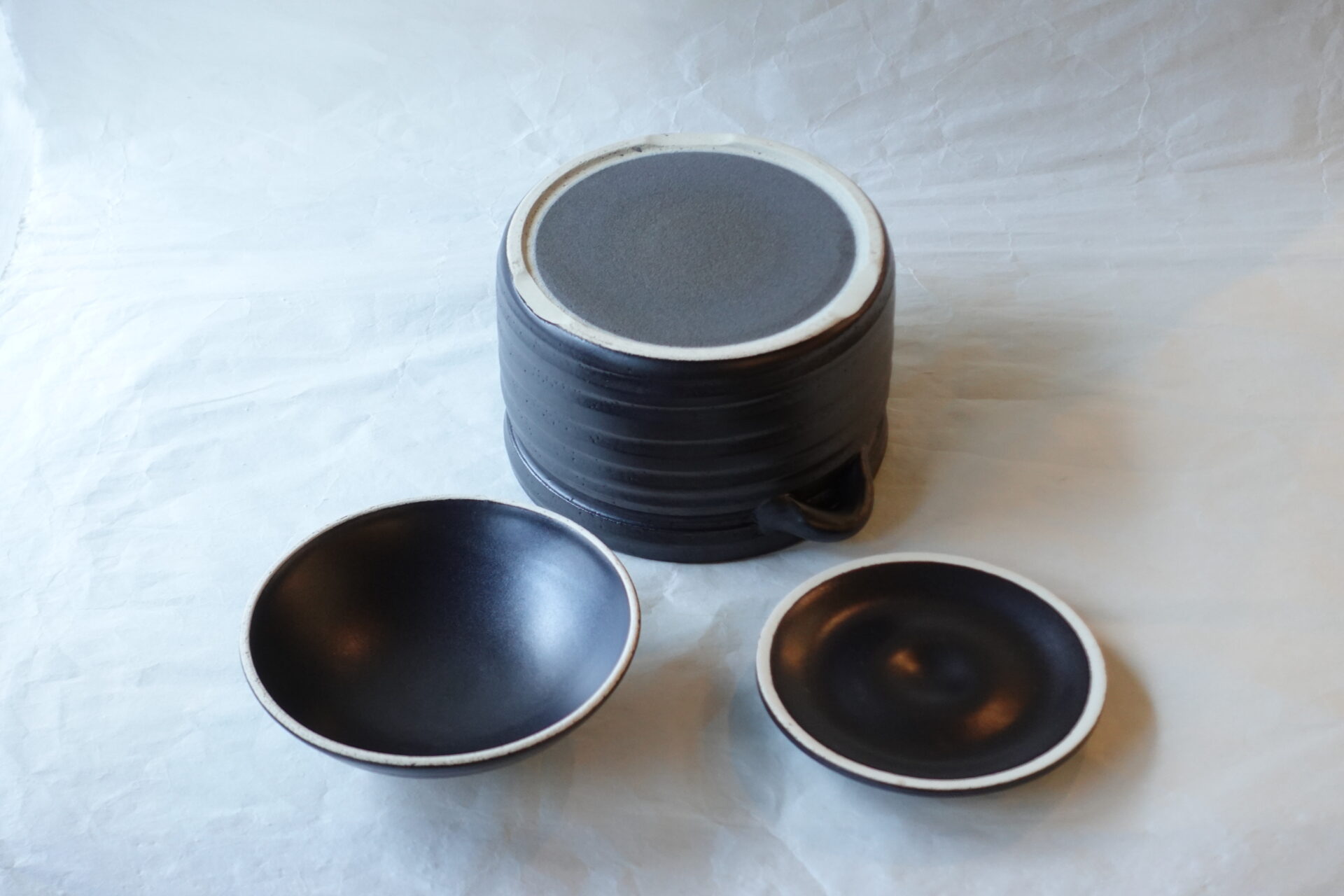 陶器 万古焼 美味しくご飯を炊ける ご飯土鍋 ご飯専用 IH 直火 目盛り 二重蓋 吹きこぼれしにくい 内蓋の圧力 より美味しく 旨味 甘み 引き出す 遠赤外線効果 芯まで熱が通る ふっくら 蒸らし 手軽 使いやすい シンプルなデザイン 永く使える 機能的 美濃焼 鉄瓶 陶器 漆 漆器 有田焼 金継ぎ 焼き物 食器 陶磁器 伝統工芸品 茶碗 工芸品 九谷焼 南部鉄器 陶芸 陶器市 岐阜 焼き物 磁器 瀬戸物 岐阜県 岐阜市 美殿町６−番地 小林漆陶 漆塗り器 織部焼 小林漆器 箸 金継ぎ お香 食器 茶道具 陶器 美濃焼専門店 お皿 ceramics ih pottery うつわ うつわ屋 お皿屋さん お茶 お茶碗 お箸 かまど この辺に陶器屋さんってあります とうきいち やきもの ガラス工房 ギフト　ギフトショップ マグカップ モダン焼物 レンジできる陶器 切子 南部鉄器 どこ　岐阜市南部鉄器販売店 南部鉄器購入 岐阜県器屋 土鍋 岐阜小洒落たお皿 お椀が出る店 器 塗り物 漆塗り 陶器屋さん 食器屋さん お椀 ひのき 岐阜城周辺茶道具 販売陶器 販売陶器屋さん 陶器店 漆器店 岐阜有名な器屋さん 岐阜県食器売ってるところ 岐阜駅 陶器工芸品店 徳利 売ってる店 急須販売 扇子 抹茶 掛け軸 修復 日本陶瓷 漆器 木の食器 樺細工 江戸切子 食器 漆の器 漆器 うるし 漆器店 漆塗 漆椀 火鉢 灰 美殿町商店街 美濃焼ショップ 岐阜市 湯呑み お店 付近 美濃焼き専門店 美濃焼販売 花瓶 茶器 オンライン輪島塗 なつめ 店近くのガラス屋さん 近くの陶器屋さん 酒器 ガラス 金継ぎ依頼 岐阜鉄器鉄瓶 取扱店 Japanese 陶器 修理 陶器専門店 陶器小売店 岐阜陶器屋 陶器店 陶磁器 陶磁器専門店 陶芸家 おすすめ お店 岐阜食洗機対応 漆椀 Gifu JapanesetablewareJapanesecrafts Japaneseceramics Japanesepottery Handcrafted TraditionalCrafts Japaneseculture Traditionalart Japaneseteautensils TeaCeremony Japaneselacquerware インテリア 一輪挿し 入れ物 陶芸 陶芸皿 陶器いろいろ 陶器店 絵皿 絵柄 オンラインショップ 置物 おひつ オーブントースター 置物スタイリッシュ お皿 オブジェ 置物かわいい お皿陶磁器 お椀陶器 陶器欠損補修 花瓶 貫入 傘立て 陶器花 カップ 花 陶磁器 陶器金継ぎ キャニスター 器 急須 京都 金彩 九州 急須 陶芸食器 コーヒーカップ コップ 小物入れ 皿 ごはん鍋 食洗機 修理 食器 修理金継ぎ 陶器販売 瀬戸物 染付 タンブラー 耐熱陶器 茶碗 近くの陶器店 通販 土物 通販 手作り陶器 陶磁器 鍋