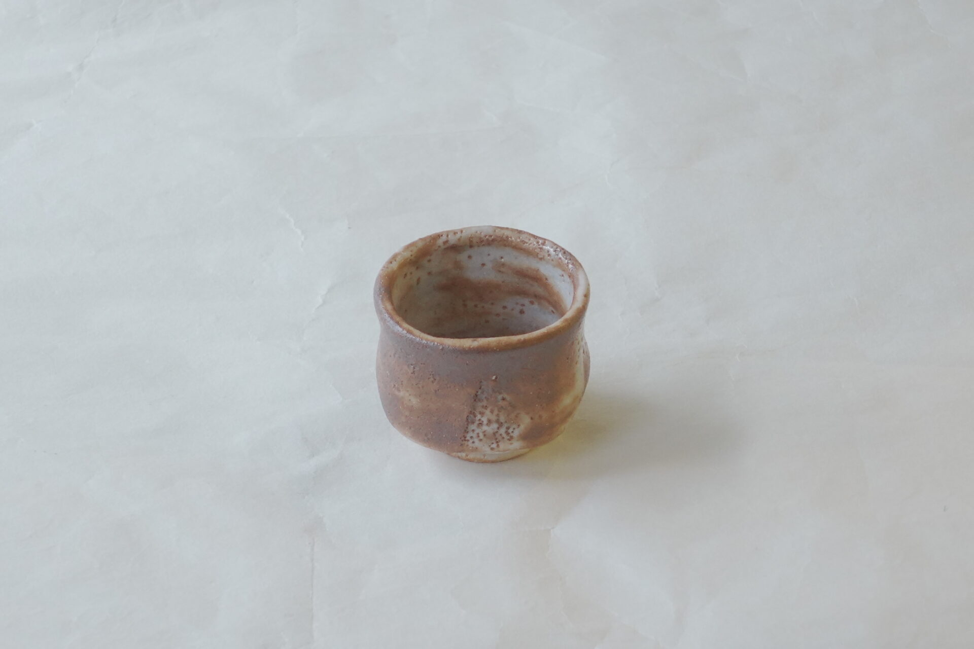 陶器 美濃焼 林亮次 荘山窯 志野 ぐい呑み 志野焼 侘びた風合い 貫入 飽きの来ない 窯変 飲みやすい ろくろ目 手にしっくり馴染む 持ちやすい 自家用 プレセント お土産 価値ある逸品 美濃焼 鉄瓶 陶器 漆 漆器 有田焼 金継ぎ 焼き物 食器 陶磁器 伝統工芸品 茶碗 工芸品 九谷焼 南部鉄器 陶芸 陶器市 岐阜 焼き物 磁器 瀬戸物 岐阜県 岐阜市 美殿町６−番地 小林漆陶 漆塗り器 織部焼 小林漆器 箸 金継ぎ お香 食器 茶道具 陶器 美濃焼専門店 お皿 ceramics ih pottery うつわ うつわ屋 お皿屋さん お茶 お茶碗 お箸 かまど この辺に陶器屋さんってあります とうきいち やきもの ガラス工房 ギフト　ギフトショップ マグカップ モダン焼物 レンジできる陶器 切子 南部鉄器 どこ　岐阜市南部鉄器販売店 南部鉄器購入 岐阜県器屋 土鍋 岐阜小洒落たお皿 お椀が出る店 器 塗り物 漆塗り 陶器屋さん 食器屋さん お椀 ひのき 岐阜城周辺茶道具 販売陶器 販売陶器屋さん 陶器店 漆器店 岐阜有名な器屋さん 岐阜県食器売ってるところ 岐阜駅 陶器工芸品店 徳利 売ってる店 急須販売 扇子 抹茶 掛け軸 修復 日本陶瓷 漆器 木の食器 樺細工 江戸切子 食器 漆の器 漆器 うるし 漆器店 漆塗 漆椀 火鉢 灰 美殿町商店街 美濃焼ショップ 岐阜市 湯呑み お店 付近 美濃焼き専門店 美濃焼販売 花瓶 茶器 オンライン輪島塗 なつめ 店近くのガラス屋さん 近くの陶器屋さん 酒器 ガラス 金継ぎ依頼 岐阜鉄器鉄瓶 取扱店 Japanese 陶器 修理 陶器専門店 陶器小売店 岐阜陶器屋 陶器店 陶磁器 陶磁器専門店 陶芸家 おすすめ お店 岐阜食洗機対応 漆椀 Gifu JapanesetablewareJapanesecrafts Japaneseceramics Japanesepottery Handcrafted TraditionalCrafts Japaneseculture Traditionalart Japaneseteautensils TeaCeremony Japaneselacquerware インテリア 一輪挿し 入れ物 陶芸 陶芸皿 陶器いろいろ 陶器店 絵皿 絵柄 オンラインショップ 置物 おひつ オーブントースター 置物スタイリッシュ お皿 オブジェ 置物かわいい お皿陶磁器 お椀陶器 陶器欠損補修 花瓶 貫入 傘立て 陶器花 カップ 花 陶磁器 陶器金継ぎ キャニスター 器 急須 京都 金彩 九州 急須 陶芸食器 コーヒーカップ コップ 小物入れ 皿 ごはん鍋 食洗機 修理 食器 修理金継ぎ 陶器販売 瀬戸物 染付 タンブラー 耐熱陶器 茶碗 近くの陶器店 通販 土物 通販 手作り陶器 陶磁器 鍋