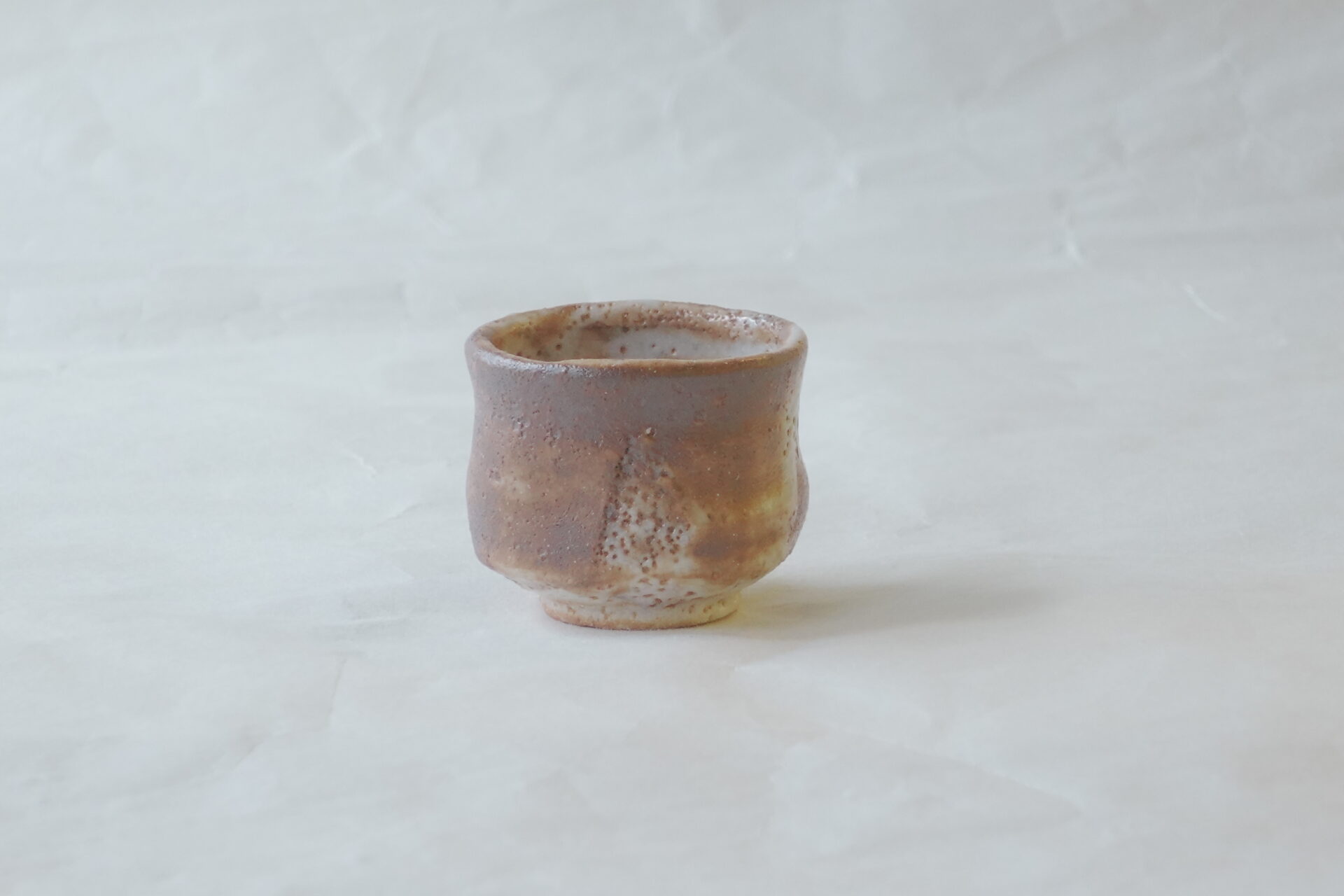 陶器 美濃焼 林亮次 荘山窯 志野 ぐい呑み 志野焼 侘びた風合い 貫入 飽きの来ない 窯変 飲みやすい ろくろ目 手にしっくり馴染む 持ちやすい 自家用 プレセント お土産 価値ある逸品 美濃焼 鉄瓶 陶器 漆 漆器 有田焼 金継ぎ 焼き物 食器 陶磁器 伝統工芸品 茶碗 工芸品 九谷焼 南部鉄器 陶芸 陶器市 岐阜 焼き物 磁器 瀬戸物 岐阜県 岐阜市 美殿町６−番地 小林漆陶 漆塗り器 織部焼 小林漆器 箸 金継ぎ お香 食器 茶道具 陶器 美濃焼専門店 お皿 ceramics ih pottery うつわ うつわ屋 お皿屋さん お茶 お茶碗 お箸 かまど この辺に陶器屋さんってあります とうきいち やきもの ガラス工房 ギフト　ギフトショップ マグカップ モダン焼物 レンジできる陶器 切子 南部鉄器 どこ　岐阜市南部鉄器販売店 南部鉄器購入 岐阜県器屋 土鍋 岐阜小洒落たお皿 お椀が出る店 器 塗り物 漆塗り 陶器屋さん 食器屋さん お椀 ひのき 岐阜城周辺茶道具 販売陶器 販売陶器屋さん 陶器店 漆器店 岐阜有名な器屋さん 岐阜県食器売ってるところ 岐阜駅 陶器工芸品店 徳利 売ってる店 急須販売 扇子 抹茶 掛け軸 修復 日本陶瓷 漆器 木の食器 樺細工 江戸切子 食器 漆の器 漆器 うるし 漆器店 漆塗 漆椀 火鉢 灰 美殿町商店街 美濃焼ショップ 岐阜市 湯呑み お店 付近 美濃焼き専門店 美濃焼販売 花瓶 茶器 オンライン輪島塗 なつめ 店近くのガラス屋さん 近くの陶器屋さん 酒器 ガラス 金継ぎ依頼 岐阜鉄器鉄瓶 取扱店 Japanese 陶器 修理 陶器専門店 陶器小売店 岐阜陶器屋 陶器店 陶磁器 陶磁器専門店 陶芸家 おすすめ お店 岐阜食洗機対応 漆椀 Gifu JapanesetablewareJapanesecrafts Japaneseceramics Japanesepottery Handcrafted TraditionalCrafts Japaneseculture Traditionalart Japaneseteautensils TeaCeremony Japaneselacquerware インテリア 一輪挿し 入れ物 陶芸 陶芸皿 陶器いろいろ 陶器店 絵皿 絵柄 オンラインショップ 置物 おひつ オーブントースター 置物スタイリッシュ お皿 オブジェ 置物かわいい お皿陶磁器 お椀陶器 陶器欠損補修 花瓶 貫入 傘立て 陶器花 カップ 花 陶磁器 陶器金継ぎ キャニスター 器 急須 京都 金彩 九州 急須 陶芸食器 コーヒーカップ コップ 小物入れ 皿 ごはん鍋 食洗機 修理 食器 修理金継ぎ 陶器販売 瀬戸物 染付 タンブラー 耐熱陶器 茶碗 近くの陶器店 通販 土物 通販 手作り陶器 陶磁器 鍋