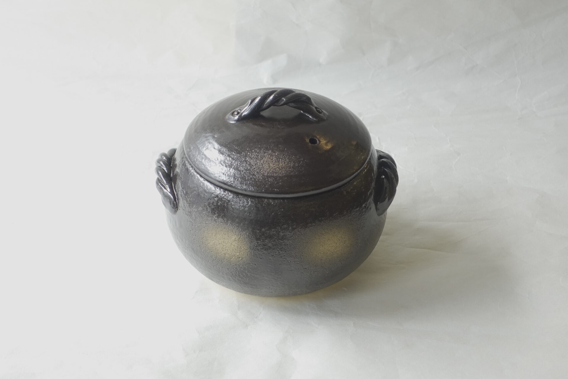 陶器 万古焼 美味しくご飯が炊ける ご飯土鍋 美味しいごはん ご飯専用土鍋 ３合 旨味 甘み 遠赤外線効果 芯まで熱が通る ふっくら 手軽 コンパクト 使いやすい 軽量 機能的 直火用土鍋 シンプル お洒落 永く使える 美濃焼 鉄瓶 陶器 漆 漆器 有田焼 金継ぎ 焼き物 食器 陶磁器 伝統工芸品 茶碗 工芸品 九谷焼 南部鉄器 陶芸 陶器市 岐阜 焼き物 磁器 瀬戸物 岐阜県 岐阜市 美殿町６−番地 小林漆陶 漆塗り器 織部焼 小林漆器 箸 金継ぎ お香 食器 茶道具 陶器 美濃焼専門店 お皿 ceramics ih pottery うつわ うつわ屋 お皿屋さん お茶 お茶碗 お箸 かまど この辺に陶器屋さんってあります とうきいち やきもの ガラス工房 ギフト　ギフトショップ マグカップ モダン焼物 レンジできる陶器 切子 南部鉄器 どこ　岐阜市南部鉄器販売店 南部鉄器購入 岐阜県器屋 土鍋 岐阜小洒落たお皿 お椀が出る店 器 塗り物 漆塗り 陶器屋さん 食器屋さん お椀 ひのき 岐阜城周辺茶道具 販売陶器 販売陶器屋さん 陶器店 漆器店 岐阜有名な器屋さん 岐阜県食器売ってるところ 岐阜駅 陶器工芸品店 徳利 売ってる店 急須販売 扇子 抹茶 掛け軸 修復 日本陶瓷 漆器 木の食器 樺細工 江戸切子 食器 漆の器 漆器 うるし 漆器店 漆塗 漆椀 火鉢 灰 美殿町商店街 美濃焼ショップ 岐阜市 湯呑み お店 付近 美濃焼き専門店 美濃焼販売 花瓶 茶器 オンライン輪島塗 なつめ 店近くのガラス屋さん 近くの陶器屋さん 酒器 ガラス 金継ぎ依頼 岐阜鉄器鉄瓶 取扱店 Japanese 陶器 修理 陶器専門店 陶器小売店 岐阜陶器屋 陶器店 陶磁器 陶磁器専門店 陶芸家 おすすめ お店 岐阜食洗機対応 漆椀 Gifu JapanesetablewareJapanesecrafts Japaneseceramics Japanesepottery Handcrafted TraditionalCrafts Japaneseculture Traditionalart Japaneseteautensils TeaCeremony Japaneselacquerware インテリア 一輪挿し 入れ物 陶芸 陶芸皿 陶器いろいろ 陶器店 絵皿 絵柄 オンラインショップ 置物 おひつ オーブントースター 置物スタイリッシュ お皿 オブジェ 置物かわいい お皿陶磁器 お椀陶器 陶器欠損補修 花瓶 貫入 傘立て 陶器花 カップ 花 陶磁器 陶器金継ぎ キャニスター 器 急須 京都 金彩 九州 急須 陶芸食器 コーヒーカップ コップ 小物入れ 皿 ごはん鍋 食洗機 修理 食器 修理金継ぎ 陶器販売 瀬戸物 染付 タンブラー 耐熱陶器 茶碗 近くの陶器店 通販 土物 通販 手作り陶器 陶磁器 鍋