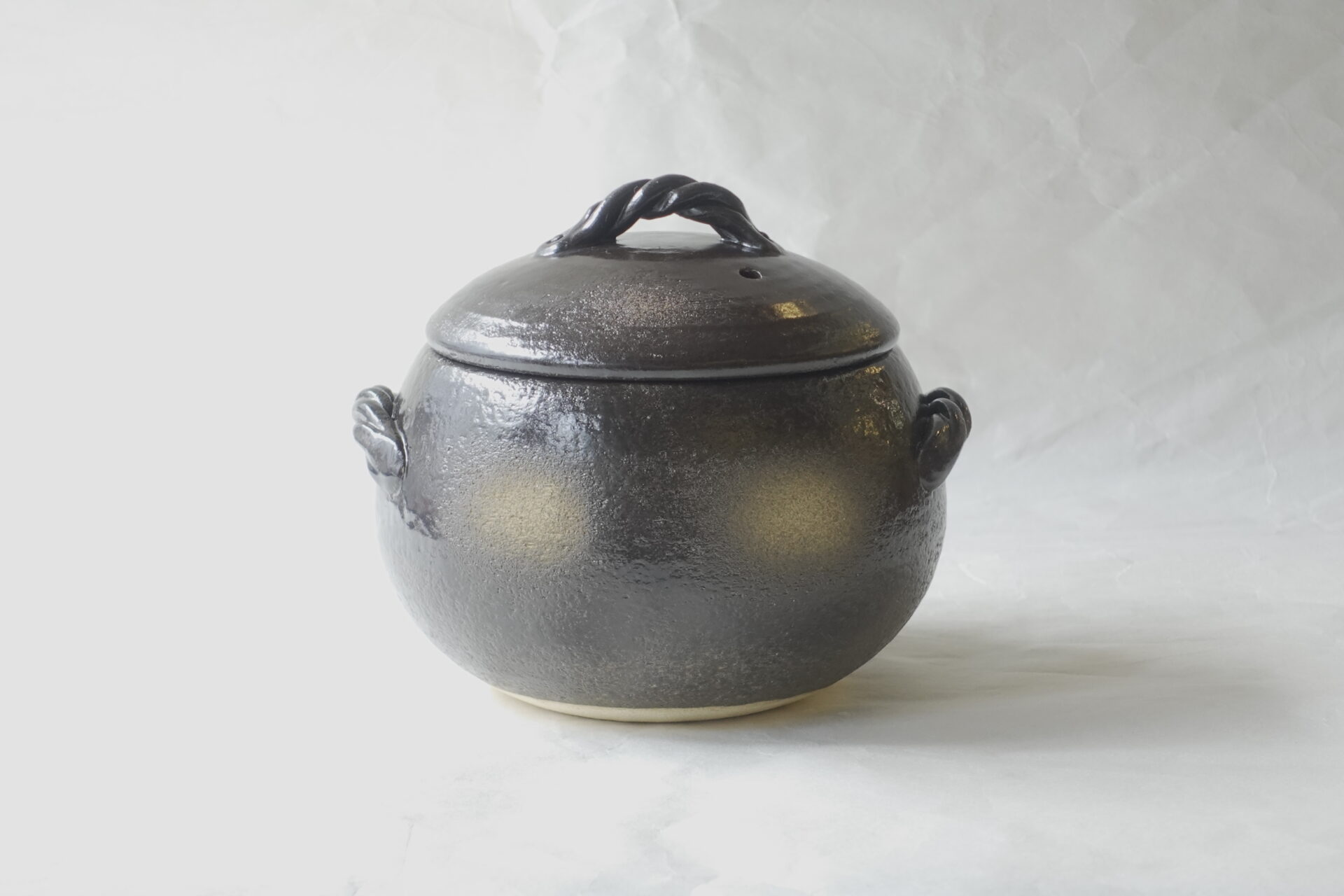 陶器 万古焼 美味しくご飯が炊ける ご飯土鍋 美味しいごはん ご飯専用土鍋 ３合 旨味 甘み 遠赤外線効果 芯まで熱が通る ふっくら 手軽 コンパクト 使いやすい 軽量 機能的 直火用土鍋 シンプル お洒落 永く使える 美濃焼 鉄瓶 陶器 漆 漆器 有田焼 金継ぎ 焼き物 食器 陶磁器 伝統工芸品 茶碗 工芸品 九谷焼 南部鉄器 陶芸 陶器市 岐阜 焼き物 磁器 瀬戸物 岐阜県 岐阜市 美殿町６−番地 小林漆陶 漆塗り器 織部焼 小林漆器 箸 金継ぎ お香 食器 茶道具 陶器 美濃焼専門店 お皿 ceramics ih pottery うつわ うつわ屋 お皿屋さん お茶 お茶碗 お箸 かまど この辺に陶器屋さんってあります とうきいち やきもの ガラス工房 ギフト　ギフトショップ マグカップ モダン焼物 レンジできる陶器 切子 南部鉄器 どこ　岐阜市南部鉄器販売店 南部鉄器購入 岐阜県器屋 土鍋 岐阜小洒落たお皿 お椀が出る店 器 塗り物 漆塗り 陶器屋さん 食器屋さん お椀 ひのき 岐阜城周辺茶道具 販売陶器 販売陶器屋さん 陶器店 漆器店 岐阜有名な器屋さん 岐阜県食器売ってるところ 岐阜駅 陶器工芸品店 徳利 売ってる店 急須販売 扇子 抹茶 掛け軸 修復 日本陶瓷 漆器 木の食器 樺細工 江戸切子 食器 漆の器 漆器 うるし 漆器店 漆塗 漆椀 火鉢 灰 美殿町商店街 美濃焼ショップ 岐阜市 湯呑み お店 付近 美濃焼き専門店 美濃焼販売 花瓶 茶器 オンライン輪島塗 なつめ 店近くのガラス屋さん 近くの陶器屋さん 酒器 ガラス 金継ぎ依頼 岐阜鉄器鉄瓶 取扱店 Japanese 陶器 修理 陶器専門店 陶器小売店 岐阜陶器屋 陶器店 陶磁器 陶磁器専門店 陶芸家 おすすめ お店 岐阜食洗機対応 漆椀 Gifu JapanesetablewareJapanesecrafts Japaneseceramics Japanesepottery Handcrafted TraditionalCrafts Japaneseculture Traditionalart Japaneseteautensils TeaCeremony Japaneselacquerware インテリア 一輪挿し 入れ物 陶芸 陶芸皿 陶器いろいろ 陶器店 絵皿 絵柄 オンラインショップ 置物 おひつ オーブントースター 置物スタイリッシュ お皿 オブジェ 置物かわいい お皿陶磁器 お椀陶器 陶器欠損補修 花瓶 貫入 傘立て 陶器花 カップ 花 陶磁器 陶器金継ぎ キャニスター 器 急須 京都 金彩 九州 急須 陶芸食器 コーヒーカップ コップ 小物入れ 皿 ごはん鍋 食洗機 修理 食器 修理金継ぎ 陶器販売 瀬戸物 染付 タンブラー 耐熱陶器 茶碗 近くの陶器店 通販 土物 通販 手作り陶器 陶磁器 鍋