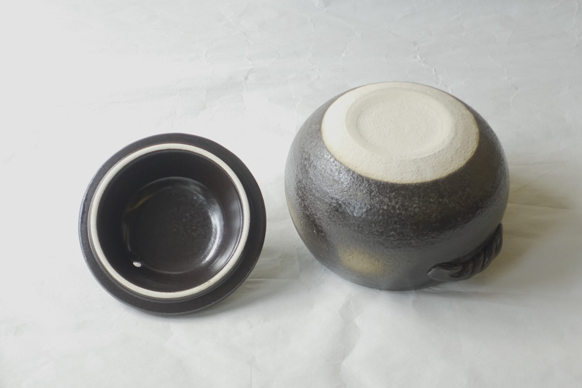 陶器 万古焼 美味しくご飯が炊ける ご飯土鍋 美味しいごはん ご飯専用土鍋 ３合 旨味 甘み 遠赤外線効果 芯まで熱が通る ふっくら 手軽 コンパクト 使いやすい 軽量 機能的 直火用土鍋 シンプル お洒落 永く使える 美濃焼 鉄瓶 陶器 漆 漆器 有田焼 金継ぎ 焼き物 食器 陶磁器 伝統工芸品 茶碗 工芸品 九谷焼 南部鉄器 陶芸 陶器市 岐阜 焼き物 磁器 瀬戸物 岐阜県 岐阜市 美殿町６−番地 小林漆陶 漆塗り器 織部焼 小林漆器 箸 金継ぎ お香 食器 茶道具 陶器 美濃焼専門店 お皿 ceramics ih pottery うつわ うつわ屋 お皿屋さん お茶 お茶碗 お箸 かまど この辺に陶器屋さんってあります とうきいち やきもの ガラス工房 ギフト　ギフトショップ マグカップ モダン焼物 レンジできる陶器 切子 南部鉄器 どこ　岐阜市南部鉄器販売店 南部鉄器購入 岐阜県器屋 土鍋 岐阜小洒落たお皿 お椀が出る店 器 塗り物 漆塗り 陶器屋さん 食器屋さん お椀 ひのき 岐阜城周辺茶道具 販売陶器 販売陶器屋さん 陶器店 漆器店 岐阜有名な器屋さん 岐阜県食器売ってるところ 岐阜駅 陶器工芸品店 徳利 売ってる店 急須販売 扇子 抹茶 掛け軸 修復 日本陶瓷 漆器 木の食器 樺細工 江戸切子 食器 漆の器 漆器 うるし 漆器店 漆塗 漆椀 火鉢 灰 美殿町商店街 美濃焼ショップ 岐阜市 湯呑み お店 付近 美濃焼き専門店 美濃焼販売 花瓶 茶器 オンライン輪島塗 なつめ 店近くのガラス屋さん 近くの陶器屋さん 酒器 ガラス 金継ぎ依頼 岐阜鉄器鉄瓶 取扱店 Japanese 陶器 修理 陶器専門店 陶器小売店 岐阜陶器屋 陶器店 陶磁器 陶磁器専門店 陶芸家 おすすめ お店 岐阜食洗機対応 漆椀 Gifu JapanesetablewareJapanesecrafts Japaneseceramics Japanesepottery Handcrafted TraditionalCrafts Japaneseculture Traditionalart Japaneseteautensils TeaCeremony Japaneselacquerware インテリア 一輪挿し 入れ物 陶芸 陶芸皿 陶器いろいろ 陶器店 絵皿 絵柄 オンラインショップ 置物 おひつ オーブントースター 置物スタイリッシュ お皿 オブジェ 置物かわいい お皿陶磁器 お椀陶器 陶器欠損補修 花瓶 貫入 傘立て 陶器花 カップ 花 陶磁器 陶器金継ぎ キャニスター 器 急須 京都 金彩 九州 急須 陶芸食器 コーヒーカップ コップ 小物入れ 皿 ごはん鍋 食洗機 修理 食器 修理金継ぎ 陶器販売 瀬戸物 染付 タンブラー 耐熱陶器 茶碗 近くの陶器店 通販 土物 通販 手作り陶器 陶磁器 鍋