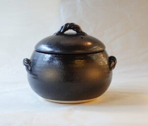 陶器 万古焼 美味しくご飯が炊ける ご飯土鍋 ご飯専用土鍋 対流がよい ムラなく加熱 旨味 甘み 遠赤外線効果 お米の芯まで熱が通る ふっくら 余熱 蒸らし 手軽 簡単 コンパクト 使いやすい 軽量 機能的 直火用土鍋 シンプル お洒落 永く使える 美濃焼 鉄瓶 陶器 漆 漆器 有田焼 金継ぎ 焼き物 食器 陶磁器 伝統工芸品 茶碗 工芸品 九谷焼 南部鉄器 陶芸 陶器市 岐阜 焼き物 磁器 瀬戸物 岐阜県 岐阜市 美殿町６−番地 小林漆陶 漆塗り器 織部焼 小林漆器 箸 金継ぎ お香 食器 茶道具 陶器 美濃焼専門店 お皿 ceramics ih pottery うつわ うつわ屋 お皿屋さん お茶 お茶碗 お箸 かまど この辺に陶器屋さんってあります とうきいち やきもの ガラス工房 ギフト　ギフトショップ マグカップ モダン焼物 レンジできる陶器 切子 南部鉄器 どこ　岐阜市南部鉄器販売店 南部鉄器購入 岐阜県器屋 土鍋 岐阜小洒落たお皿 お椀が出る店 器 塗り物 漆塗り 陶器屋さん 食器屋さん お椀 ひのき 岐阜城周辺茶道具 販売陶器 販売陶器屋さん 陶器店 漆器店 岐阜有名な器屋さん 岐阜県食器売ってるところ 岐阜駅 陶器工芸品店 徳利 売ってる店 急須販売 扇子 抹茶 掛け軸 修復 日本陶瓷 漆器 木の食器 樺細工 江戸切子 食器 漆の器 漆器 うるし 漆器店 漆塗 漆椀 火鉢 灰 美殿町商店街 美濃焼ショップ 岐阜市 湯呑み お店 付近 美濃焼き専門店 美濃焼販売 花瓶 茶器 オンライン輪島塗 なつめ 店近くのガラス屋さん 近くの陶器屋さん 酒器 ガラス 金継ぎ依頼 岐阜鉄器鉄瓶 取扱店 Japanese 陶器 修理 陶器専門店 陶器小売店 岐阜陶器屋 陶器店 陶磁器 陶磁器専門店 陶芸家 おすすめ お店 岐阜食洗機対応 漆椀 Gifu JapanesetablewareJapanesecrafts Japaneseceramics Japanesepottery Handcrafted TraditionalCrafts Japaneseculture Traditionalart Japaneseteautensils TeaCeremony Japaneselacquerware インテリア 一輪挿し 入れ物 陶芸 陶芸皿 陶器いろいろ 陶器店 絵皿 絵柄 オンラインショップ 置物 おひつ オーブントースター 置物スタイリッシュ お皿 オブジェ 置物かわいい お皿陶磁器 お椀陶器 陶器欠損補修 花瓶 貫入 傘立て 陶器花 カップ 花 陶磁器 陶器金継ぎ キャニスター 器 急須 京都 金彩 九州 急須 陶芸食器 コーヒーカップ コップ 小物入れ 皿 ごはん鍋 食洗機 修理 食器 修理金継ぎ 陶器販売 瀬戸物 染付 タンブラー 耐熱陶器 茶碗 近くの陶器店 通販 土物 通販 手作り陶器 陶磁器 鍋