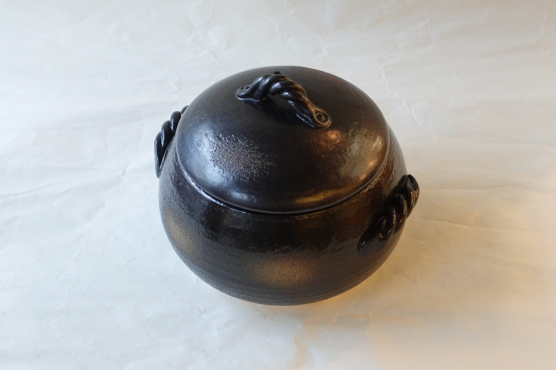 陶器 万古焼 美味しくご飯が炊ける ご飯土鍋 ご飯専用土鍋 対流がよい ムラなく加熱 旨味 甘み 遠赤外線効果 お米の芯まで熱が通る ふっくら 余熱 蒸らし 手軽 簡単 コンパクト 使いやすい 軽量 機能的 直火用土鍋 シンプル お洒落 永く使える 美濃焼 鉄瓶 陶器 漆 漆器 有田焼 金継ぎ 焼き物 食器 陶磁器 伝統工芸品 茶碗 工芸品 九谷焼 南部鉄器 陶芸 陶器市 岐阜 焼き物 磁器 瀬戸物 岐阜県 岐阜市 美殿町６−番地 小林漆陶 漆塗り器 織部焼 小林漆器 箸 金継ぎ お香 食器 茶道具 陶器 美濃焼専門店 お皿 ceramics ih pottery うつわ うつわ屋 お皿屋さん お茶 お茶碗 お箸 かまど この辺に陶器屋さんってあります とうきいち やきもの ガラス工房 ギフト　ギフトショップ マグカップ モダン焼物 レンジできる陶器 切子 南部鉄器 どこ　岐阜市南部鉄器販売店 南部鉄器購入 岐阜県器屋 土鍋 岐阜小洒落たお皿 お椀が出る店 器 塗り物 漆塗り 陶器屋さん 食器屋さん お椀 ひのき 岐阜城周辺茶道具 販売陶器 販売陶器屋さん 陶器店 漆器店 岐阜有名な器屋さん 岐阜県食器売ってるところ 岐阜駅 陶器工芸品店 徳利 売ってる店 急須販売 扇子 抹茶 掛け軸 修復 日本陶瓷 漆器 木の食器 樺細工 江戸切子 食器 漆の器 漆器 うるし 漆器店 漆塗 漆椀 火鉢 灰 美殿町商店街 美濃焼ショップ 岐阜市 湯呑み お店 付近 美濃焼き専門店 美濃焼販売 花瓶 茶器 オンライン輪島塗 なつめ 店近くのガラス屋さん 近くの陶器屋さん 酒器 ガラス 金継ぎ依頼 岐阜鉄器鉄瓶 取扱店 Japanese 陶器 修理 陶器専門店 陶器小売店 岐阜陶器屋 陶器店 陶磁器 陶磁器専門店 陶芸家 おすすめ お店 岐阜食洗機対応 漆椀 Gifu JapanesetablewareJapanesecrafts Japaneseceramics Japanesepottery Handcrafted TraditionalCrafts Japaneseculture Traditionalart Japaneseteautensils TeaCeremony Japaneselacquerware インテリア 一輪挿し 入れ物 陶芸 陶芸皿 陶器いろいろ 陶器店 絵皿 絵柄 オンラインショップ 置物 おひつ オーブントースター 置物スタイリッシュ お皿 オブジェ 置物かわいい お皿陶磁器 お椀陶器 陶器欠損補修 花瓶 貫入 傘立て 陶器花 カップ 花 陶磁器 陶器金継ぎ キャニスター 器 急須 京都 金彩 九州 急須 陶芸食器 コーヒーカップ コップ 小物入れ 皿 ごはん鍋 食洗機 修理 食器 修理金継ぎ 陶器販売 瀬戸物 染付 タンブラー 耐熱陶器 茶碗 近くの陶器店 通販 土物 通販 手作り陶器 陶磁器 鍋