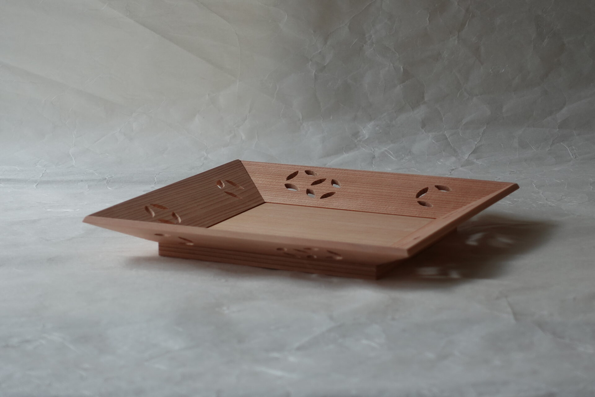 茶道 茶の湯 茶道具 越前塗 木製 干菓子器 杉木地 漆器 柾目 美しい 木目 木の味わい 七宝透かし 彫り 円満さが続く 吉祥文 縁起がいい 定番 盛皿 美濃焼 鉄瓶 陶器 漆 漆器 有田焼 金継ぎ 焼き物 食器 陶磁器 伝統工芸品 茶碗 工芸品 九谷焼 南部鉄器 陶芸 陶器市 岐阜 焼き物 磁器 瀬戸物 岐阜県 岐阜市 美殿町６−番地 小林漆陶 漆塗り器 織部焼 小林漆器 箸 金継ぎ お香 食器 茶道具 陶器 美濃焼専門店 お皿 ceramics ih pottery うつわ うつわ屋 お皿屋さん お茶 お茶碗 お箸 かまど この辺に陶器屋さんってあります とうきいち やきもの ガラス工房 ギフト　ギフトショップ マグカップ モダン焼物 レンジできる陶器 切子 南部鉄器 どこ　岐阜市南部鉄器販売店 南部鉄器購入 岐阜県器屋 土鍋 岐阜小洒落たお皿 お椀が出る店 器 塗り物 漆塗り 陶器屋さん 食器屋さん お椀 ひのき 岐阜城周辺茶道具 販売陶器 販売陶器屋さん 陶器店 漆器店 岐阜有名な器屋さん 岐阜県食器売ってるところ 岐阜駅 陶器工芸品店 徳利 売ってる店 急須販売 扇子 抹茶 掛け軸 修復 日本陶瓷 漆器 木の食器 樺細工 江戸切子 食器 漆の器 漆器 うるし 漆器店 漆塗 漆椀 火鉢 灰 美殿町商店街 美濃焼ショップ 岐阜市 湯呑み お店 付近 美濃焼き専門店 美濃焼販売 花瓶 茶器 オンライン輪島塗 なつめ 店近くのガラス屋さん 近くの陶器屋さん 酒器 ガラス 金継ぎ依頼 岐阜鉄器鉄瓶 取扱店 Japanese 陶器 修理 陶器専門店 陶器小売店 岐阜陶器屋 陶器店 陶磁器 陶磁器専門店 陶芸家 おすすめ お店 岐阜食洗機対応 漆椀 Gifu JapanesetablewareJapanesecrafts Japaneseceramics Japanesepottery Handcrafted TraditionalCrafts Japaneseculture Traditionalart Japaneseteautensils TeaCeremony Japaneselacquerware 棗 お茶道具セット 近くの茶道具店 荒目板 茶道具の扱い方 一閑茶張り 茶道具一式 糸巻棚 裏千家入門セット 薄板 歌花筒 茶道具通販 裏千家 円座 干支扇子 オンラインショップ 茶道具オンライン 茶道稽古セット 表千家茶道具 お抹茶セット 釜 かいし 懐紙 菓子器 懐紙入れ 皆具 官休庵 黒文字 桑小卓 黒茶碗 黒柿 建水 結界 携帯用茶道具 稽古用茶道具 香合 香炉 茶通箱 初心者セット 仕覆 茶道具収納箱 敷板 杓立て すいはつ 数寄屋袋 透木釜 数茶碗 炭斗 水滴 すいはつ 茶道具専門店