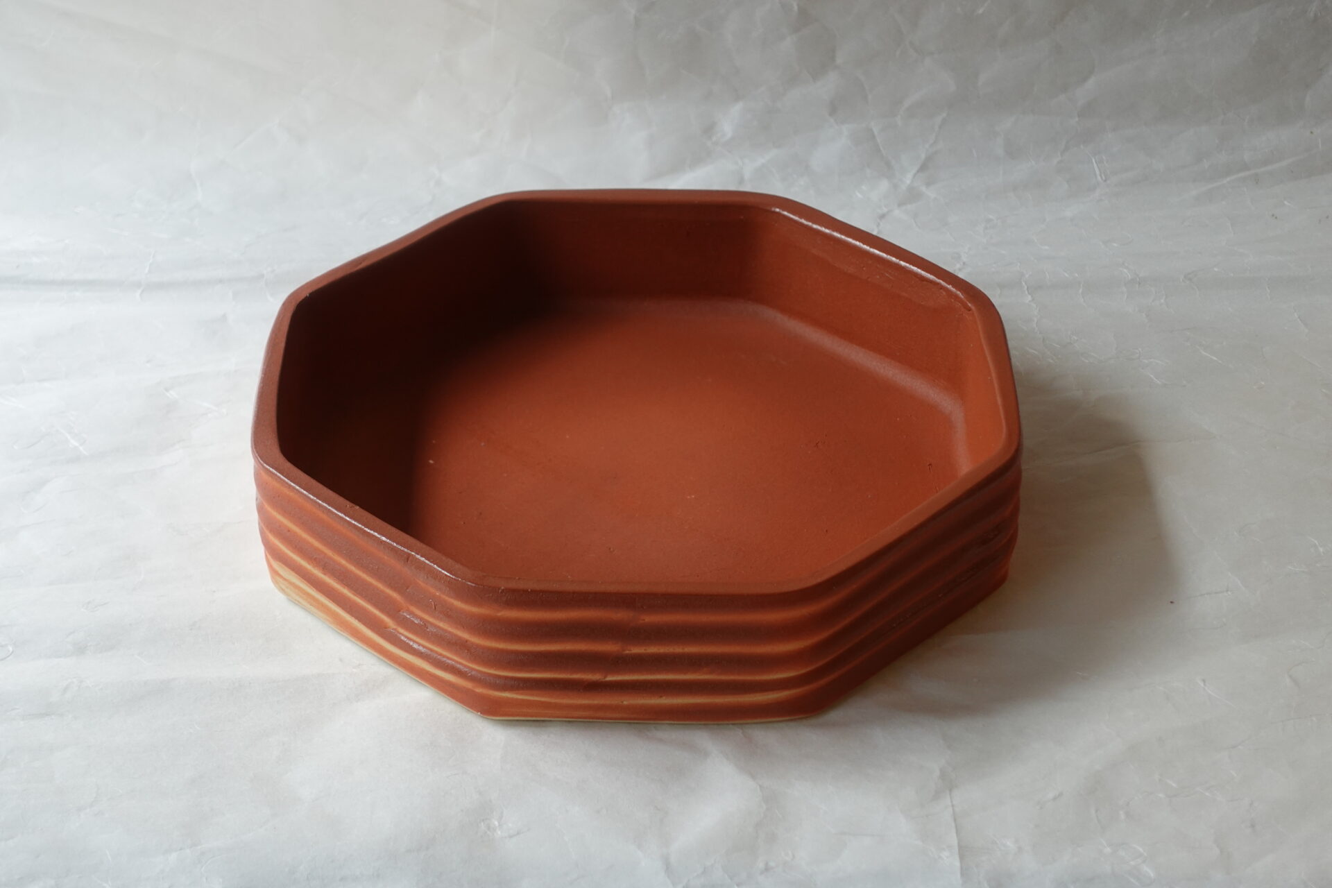 陶器 信楽焼 手づくり 水盤 八角形 赤茶色 侘びた 花器 シンプル 和花 引き立てる 縁起がいい 体裁もいい バランスが取れた 美濃焼 鉄瓶 陶器 漆 漆器 有田焼 金継ぎ 焼き物 食器 陶磁器 伝統工芸品 茶碗 工芸品 九谷焼 南部鉄器 陶芸 陶器市 岐阜 焼き物 磁器 瀬戸物 岐阜県 岐阜市 美殿町６−番地 小林漆陶 漆塗り器 織部焼 小林漆器 箸 金継ぎ お香 食器 茶道具 陶器 美濃焼専門店 お皿 ceramics ih pottery うつわ うつわ屋 お皿屋さん お茶 お茶碗 お箸 かまど この辺に陶器屋さんってあります とうきいち やきもの ガラス工房 ギフト　ギフトショップ マグカップ モダン焼物 レンジできる陶器 切子 南部鉄器 どこ　岐阜市南部鉄器販売店 南部鉄器購入 岐阜県器屋 土鍋 岐阜小洒落たお皿 お椀が出る店 器 塗り物 漆塗り 陶器屋さん 食器屋さん お椀 ひのき 岐阜城周辺茶道具 販売陶器 販売陶器屋さん 陶器店 漆器店 岐阜有名な器屋さん 岐阜県食器売ってるところ 岐阜駅 陶器工芸品店 徳利 売ってる店 急須販売 扇子 抹茶 掛け軸 修復 日本陶瓷 漆器 木の食器 樺細工 江戸切子 食器 漆の器 漆器 うるし 漆器店 漆塗 漆椀 火鉢 灰 美殿町商店街 美濃焼ショップ 岐阜市 湯呑み お店 付近 美濃焼き専門店 美濃焼販売 花瓶 茶器 オンライン輪島塗 なつめ 店近くのガラス屋さん 近くの陶器屋さん 酒器 ガラス 金継ぎ依頼 岐阜鉄器鉄瓶 取扱店 Japanese 陶器 修理 陶器専門店 陶器小売店 岐阜陶器屋 陶器店 陶磁器 陶磁器専門店 陶芸家 おすすめ お店 岐阜食洗機対応 漆椀 Gifu JapanesetablewareJapanesecrafts Japaneseceramics Japanesepottery Handcrafted TraditionalCrafts Japaneseculture Traditionalart Japaneseteautensils TeaCeremony Japaneselacquerware インテリア 一輪挿し 入れ物 陶芸 陶芸皿 陶器いろいろ 陶器店 絵皿 絵柄 オンラインショップ 置物 おひつ オーブントースター 置物スタイリッシュ お皿 オブジェ 置物かわいい お皿陶磁器 お椀陶器 陶器欠損補修 花瓶 貫入 傘立て 陶器花 カップ 花 陶磁器 陶器金継ぎ キャニスター 器 急須 京都 金彩 九州 急須 陶芸食器 コーヒーカップ コップ 小物入れ 皿 ごはん鍋 食洗機 修理 食器 修理金継ぎ 陶器販売 瀬戸物 染付 タンブラー 耐熱陶器 茶碗 近くの陶器店 通販 土物 通販 手作り陶器 陶磁器 鍋