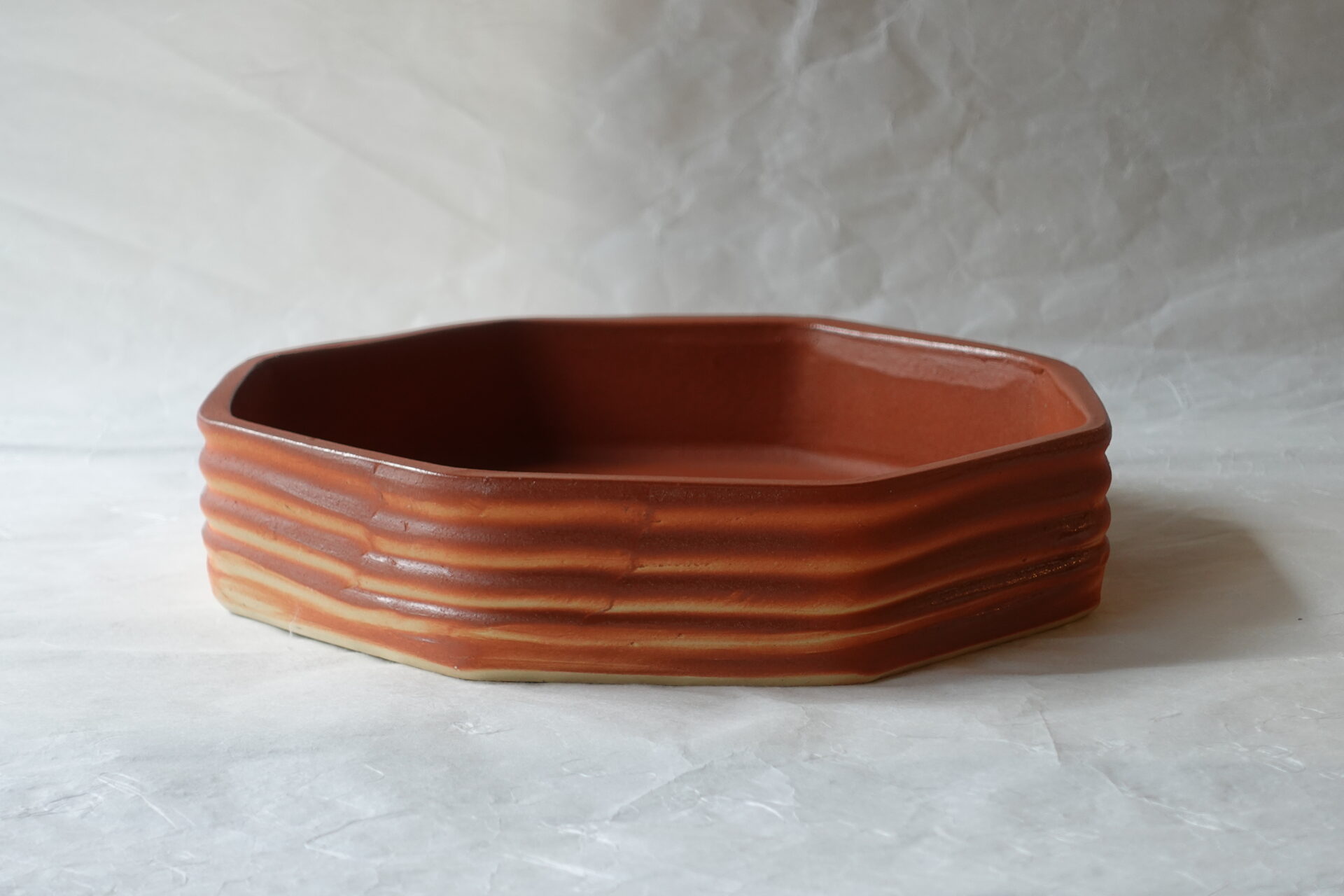 陶器 信楽焼 手づくり 水盤 八角形 赤茶色 侘びた 花器 シンプル 和花 引き立てる 縁起がいい 体裁もいい バランスが取れた 美濃焼 鉄瓶 陶器 漆 漆器 有田焼 金継ぎ 焼き物 食器 陶磁器 伝統工芸品 茶碗 工芸品 九谷焼 南部鉄器 陶芸 陶器市 岐阜 焼き物 磁器 瀬戸物 岐阜県 岐阜市 美殿町６−番地 小林漆陶 漆塗り器 織部焼 小林漆器 箸 金継ぎ お香 食器 茶道具 陶器 美濃焼専門店 お皿 ceramics ih pottery うつわ うつわ屋 お皿屋さん お茶 お茶碗 お箸 かまど この辺に陶器屋さんってあります とうきいち やきもの ガラス工房 ギフト　ギフトショップ マグカップ モダン焼物 レンジできる陶器 切子 南部鉄器 どこ　岐阜市南部鉄器販売店 南部鉄器購入 岐阜県器屋 土鍋 岐阜小洒落たお皿 お椀が出る店 器 塗り物 漆塗り 陶器屋さん 食器屋さん お椀 ひのき 岐阜城周辺茶道具 販売陶器 販売陶器屋さん 陶器店 漆器店 岐阜有名な器屋さん 岐阜県食器売ってるところ 岐阜駅 陶器工芸品店 徳利 売ってる店 急須販売 扇子 抹茶 掛け軸 修復 日本陶瓷 漆器 木の食器 樺細工 江戸切子 食器 漆の器 漆器 うるし 漆器店 漆塗 漆椀 火鉢 灰 美殿町商店街 美濃焼ショップ 岐阜市 湯呑み お店 付近 美濃焼き専門店 美濃焼販売 花瓶 茶器 オンライン輪島塗 なつめ 店近くのガラス屋さん 近くの陶器屋さん 酒器 ガラス 金継ぎ依頼 岐阜鉄器鉄瓶 取扱店 Japanese 陶器 修理 陶器専門店 陶器小売店 岐阜陶器屋 陶器店 陶磁器 陶磁器専門店 陶芸家 おすすめ お店 岐阜食洗機対応 漆椀 Gifu JapanesetablewareJapanesecrafts Japaneseceramics Japanesepottery Handcrafted TraditionalCrafts Japaneseculture Traditionalart Japaneseteautensils TeaCeremony Japaneselacquerware インテリア 一輪挿し 入れ物 陶芸 陶芸皿 陶器いろいろ 陶器店 絵皿 絵柄 オンラインショップ 置物 おひつ オーブントースター 置物スタイリッシュ お皿 オブジェ 置物かわいい お皿陶磁器 お椀陶器 陶器欠損補修 花瓶 貫入 傘立て 陶器花 カップ 花 陶磁器 陶器金継ぎ キャニスター 器 急須 京都 金彩 九州 急須 陶芸食器 コーヒーカップ コップ 小物入れ 皿 ごはん鍋 食洗機 修理 食器 修理金継ぎ 陶器販売 瀬戸物 染付 タンブラー 耐熱陶器 茶碗 近くの陶器店 通販 土物 通販 手作り陶器 陶磁器 鍋