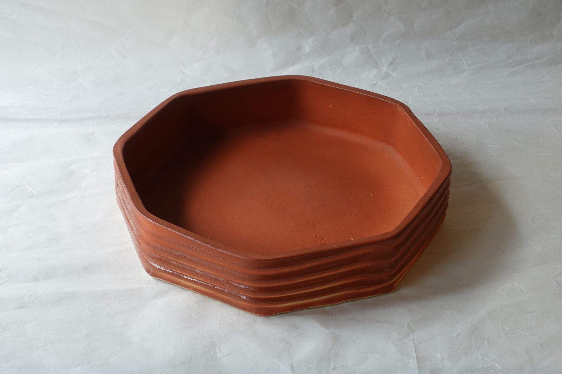 陶器 信楽焼 手づくり 水盤 八角形 赤茶色 侘びた 花器 シンプル 和花 引き立てる 縁起がいい 体裁もいい バランスが取れた 美濃焼 鉄瓶 陶器 漆 漆器 有田焼 金継ぎ 焼き物 食器 陶磁器 伝統工芸品 茶碗 工芸品 九谷焼 南部鉄器 陶芸 陶器市 岐阜 焼き物 磁器 瀬戸物 岐阜県 岐阜市 美殿町６−番地 小林漆陶 漆塗り器 織部焼 小林漆器 箸 金継ぎ お香 食器 茶道具 陶器 美濃焼専門店 お皿 ceramics ih pottery うつわ うつわ屋 お皿屋さん お茶 お茶碗 お箸 かまど この辺に陶器屋さんってあります とうきいち やきもの ガラス工房 ギフト　ギフトショップ マグカップ モダン焼物 レンジできる陶器 切子 南部鉄器 どこ　岐阜市南部鉄器販売店 南部鉄器購入 岐阜県器屋 土鍋 岐阜小洒落たお皿 お椀が出る店 器 塗り物 漆塗り 陶器屋さん 食器屋さん お椀 ひのき 岐阜城周辺茶道具 販売陶器 販売陶器屋さん 陶器店 漆器店 岐阜有名な器屋さん 岐阜県食器売ってるところ 岐阜駅 陶器工芸品店 徳利 売ってる店 急須販売 扇子 抹茶 掛け軸 修復 日本陶瓷 漆器 木の食器 樺細工 江戸切子 食器 漆の器 漆器 うるし 漆器店 漆塗 漆椀 火鉢 灰 美殿町商店街 美濃焼ショップ 岐阜市 湯呑み お店 付近 美濃焼き専門店 美濃焼販売 花瓶 茶器 オンライン輪島塗 なつめ 店近くのガラス屋さん 近くの陶器屋さん 酒器 ガラス 金継ぎ依頼 岐阜鉄器鉄瓶 取扱店 Japanese 陶器 修理 陶器専門店 陶器小売店 岐阜陶器屋 陶器店 陶磁器 陶磁器専門店 陶芸家 おすすめ お店 岐阜食洗機対応 漆椀 Gifu JapanesetablewareJapanesecrafts Japaneseceramics Japanesepottery Handcrafted TraditionalCrafts Japaneseculture Traditionalart Japaneseteautensils TeaCeremony Japaneselacquerware インテリア 一輪挿し 入れ物 陶芸 陶芸皿 陶器いろいろ 陶器店 絵皿 絵柄 オンラインショップ 置物 おひつ オーブントースター 置物スタイリッシュ お皿 オブジェ 置物かわいい お皿陶磁器 お椀陶器 陶器欠損補修 花瓶 貫入 傘立て 陶器花 カップ 花 陶磁器 陶器金継ぎ キャニスター 器 急須 京都 金彩 九州 急須 陶芸食器 コーヒーカップ コップ 小物入れ 皿 ごはん鍋 食洗機 修理 食器 修理金継ぎ 陶器販売 瀬戸物 染付 タンブラー 耐熱陶器 茶碗 近くの陶器店 通販 土物 通販 手作り陶器 陶磁器 鍋