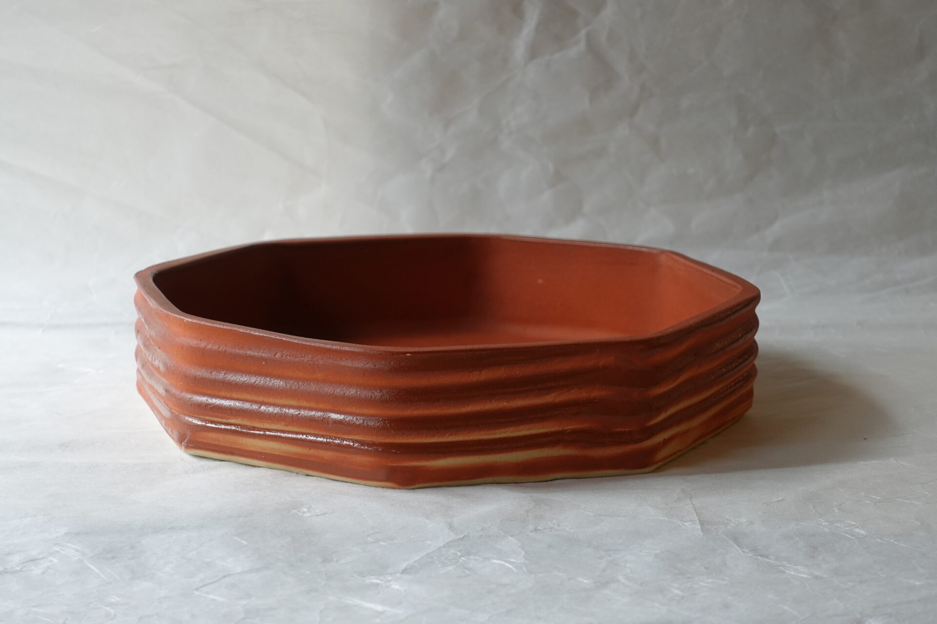 陶器 信楽焼 手づくり 水盤 八角形 赤茶色 侘びた 花器 シンプル 和花 引き立てる 縁起がいい 体裁もいい バランスが取れた 美濃焼 鉄瓶 陶器 漆 漆器 有田焼 金継ぎ 焼き物 食器 陶磁器 伝統工芸品 茶碗 工芸品 九谷焼 南部鉄器 陶芸 陶器市 岐阜 焼き物 磁器 瀬戸物 岐阜県 岐阜市 美殿町６−番地 小林漆陶 漆塗り器 織部焼 小林漆器 箸 金継ぎ お香 食器 茶道具 陶器 美濃焼専門店 お皿 ceramics ih pottery うつわ うつわ屋 お皿屋さん お茶 お茶碗 お箸 かまど この辺に陶器屋さんってあります とうきいち やきもの ガラス工房 ギフト　ギフトショップ マグカップ モダン焼物 レンジできる陶器 切子 南部鉄器 どこ　岐阜市南部鉄器販売店 南部鉄器購入 岐阜県器屋 土鍋 岐阜小洒落たお皿 お椀が出る店 器 塗り物 漆塗り 陶器屋さん 食器屋さん お椀 ひのき 岐阜城周辺茶道具 販売陶器 販売陶器屋さん 陶器店 漆器店 岐阜有名な器屋さん 岐阜県食器売ってるところ 岐阜駅 陶器工芸品店 徳利 売ってる店 急須販売 扇子 抹茶 掛け軸 修復 日本陶瓷 漆器 木の食器 樺細工 江戸切子 食器 漆の器 漆器 うるし 漆器店 漆塗 漆椀 火鉢 灰 美殿町商店街 美濃焼ショップ 岐阜市 湯呑み お店 付近 美濃焼き専門店 美濃焼販売 花瓶 茶器 オンライン輪島塗 なつめ 店近くのガラス屋さん 近くの陶器屋さん 酒器 ガラス 金継ぎ依頼 岐阜鉄器鉄瓶 取扱店 Japanese 陶器 修理 陶器専門店 陶器小売店 岐阜陶器屋 陶器店 陶磁器 陶磁器専門店 陶芸家 おすすめ お店 岐阜食洗機対応 漆椀 Gifu JapanesetablewareJapanesecrafts Japaneseceramics Japanesepottery Handcrafted TraditionalCrafts Japaneseculture Traditionalart Japaneseteautensils TeaCeremony Japaneselacquerware インテリア 一輪挿し 入れ物 陶芸 陶芸皿 陶器いろいろ 陶器店 絵皿 絵柄 オンラインショップ 置物 おひつ オーブントースター 置物スタイリッシュ お皿 オブジェ 置物かわいい お皿陶磁器 お椀陶器 陶器欠損補修 花瓶 貫入 傘立て 陶器花 カップ 花 陶磁器 陶器金継ぎ キャニスター 器 急須 京都 金彩 九州 急須 陶芸食器 コーヒーカップ コップ 小物入れ 皿 ごはん鍋 食洗機 修理 食器 修理金継ぎ 陶器販売 瀬戸物 染付 タンブラー 耐熱陶器 茶碗 近くの陶器店 通販 土物 通販 手作り陶器 陶磁器 鍋