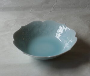 陶磁器 美濃焼 青白磁 6寸鉢 人間国宝 塚本快示 快山窯 品がある きれい 素晴らしい 透明感 彫紋 美しい 気品 唐草 緻密 縁起がいい 繁栄 末永く続く 家運興隆 子孫繁栄 輪花 料理を引き立てる 薄手 繊細 使いやすい 流麗な文様 高い技術 美の極致 美濃焼 鉄瓶 陶器 漆 漆器 有田焼 金継ぎ 焼き物 食器 陶磁器 伝統工芸品 茶碗 工芸品 九谷焼 南部鉄器 陶芸 陶器市 岐阜 焼き物 磁器 瀬戸物 岐阜県 岐阜市 美殿町６−番地 小林漆陶 漆塗り器 織部焼 小林漆器 箸 金継ぎ お香 食器 茶道具 陶器 美濃焼専門店 お皿 ceramics ih pottery うつわ うつわ屋 お皿屋さん お茶 お茶碗 お箸 かまど この辺に陶器屋さんってあります とうきいち やきもの ガラス工房 ギフト　ギフトショップ マグカップ モダン焼物 レンジできる陶器 切子 南部鉄器 どこ　岐阜市南部鉄器販売店 南部鉄器購入 岐阜県器屋 土鍋 岐阜小洒落たお皿 お椀が出る店 器 塗り物 漆塗り 陶器屋さん 食器屋さん お椀 ひのき 岐阜城周辺茶道具 販売陶器 販売陶器屋さん 陶器店 漆器店 岐阜有名な器屋さん 岐阜県食器売ってるところ 岐阜駅 陶器工芸品店 徳利 売ってる店 急須販売 扇子 抹茶 掛け軸 修復 日本陶瓷 漆器 木の食器 樺細工 江戸切子 食器 漆の器 漆器 うるし 漆器店 漆塗 漆椀 火鉢 灰 美殿町商店街 美濃焼ショップ 岐阜市 湯呑み お店 付近 美濃焼き専門店 美濃焼販売 花瓶 茶器 オンライン輪島塗 なつめ 店近くのガラス屋さん 近くの陶器屋さん 酒器 ガラス 金継ぎ依頼 岐阜鉄器鉄瓶 取扱店 Japanese 陶器 修理 陶器専門店 陶器小売店 岐阜陶器屋 陶器店 陶磁器 陶磁器専門店 陶芸家 おすすめ お店 岐阜食洗機対応 漆椀 Gifu JapanesetablewareJapanesecrafts Japaneseceramics Japanesepottery Handcrafted TraditionalCrafts Japaneseculture Traditionalart Japaneseteautensils TeaCeremony Japaneselacquerware インテリア 一輪挿し 入れ物 陶芸 陶芸皿 陶器いろいろ 陶器店 絵皿 絵柄 オンラインショップ 置物 おひつ オーブントースター 置物スタイリッシュ お皿 オブジェ 置物かわいい お皿陶磁器 お椀陶器 陶器欠損補修 花瓶 貫入 傘立て 陶器花 カップ 花 陶磁器 陶器金継ぎ キャニスター 器 急須 京都 金彩 九州 急須 陶芸食器 コーヒーカップ コップ 小物入れ 皿 ごはん鍋 食洗機 修理 食器 修理金継ぎ 陶器販売 瀬戸物 染付 タンブラー 耐熱陶器 茶碗 近くの陶器店 通販 土物 通販 手作り陶器 陶磁器 鍋