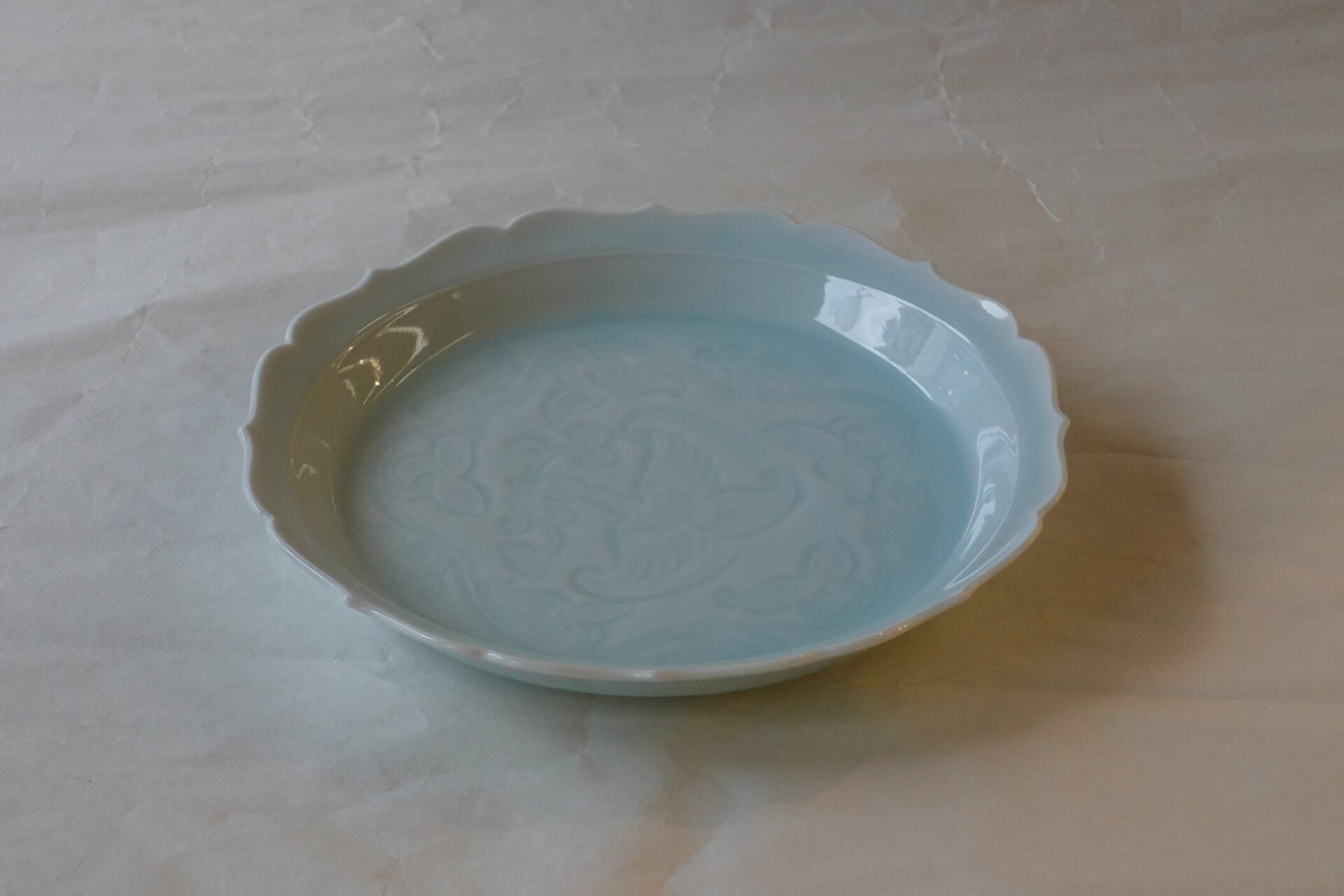 陶磁器 美濃焼 青白磁 ７寸皿 人間国宝 塚本快示 快山窯 品がある きれい 素晴らしい 有名 透明感 美しい 気品 彫紋 瑞鳥 吉兆を象徴 唐草 縁起がいい 繁栄 末永く続く 家運興隆 子孫繁栄 輪花 盛りやすい 使いやすい 流麗な文様 高い技術 美の極致 美濃焼 鉄瓶 陶器 漆 漆器 有田焼 金継ぎ 焼き物 食器 陶磁器 伝統工芸品 茶碗 工芸品 九谷焼 南部鉄器 陶芸 陶器市 岐阜 焼き物 磁器 瀬戸物 岐阜県 岐阜市 美殿町６−番地 小林漆陶 漆塗り器 織部焼 小林漆器 箸 金継ぎ お香 食器 茶道具 陶器 美濃焼専門店 お皿 ceramics ih pottery うつわ うつわ屋 お皿屋さん お茶 お茶碗 お箸 かまど この辺に陶器屋さんってあります とうきいち やきもの ガラス工房 ギフト　ギフトショップ マグカップ モダン焼物 レンジできる陶器 切子 南部鉄器 どこ　岐阜市南部鉄器販売店 南部鉄器購入 岐阜県器屋 土鍋 岐阜小洒落たお皿 お椀が出る店 器 塗り物 漆塗り 陶器屋さん 食器屋さん お椀 ひのき 岐阜城周辺茶道具 販売陶器 販売陶器屋さん 陶器店 漆器店 岐阜有名な器屋さん 岐阜県食器売ってるところ 岐阜駅 陶器工芸品店 徳利 売ってる店 急須販売 扇子 抹茶 掛け軸 修復 日本陶瓷 漆器 木の食器 樺細工 江戸切子 食器 漆の器 漆器 うるし 漆器店 漆塗 漆椀 火鉢 灰 美殿町商店街 美濃焼ショップ 岐阜市 湯呑み お店 付近 美濃焼き専門店 美濃焼販売 花瓶 茶器 オンライン輪島塗 なつめ 店近くのガラス屋さん 近くの陶器屋さん 酒器 ガラス 金継ぎ依頼 岐阜鉄器鉄瓶 取扱店 Japanese 陶器 修理 陶器専門店 陶器小売店 岐阜陶器屋 陶器店 陶磁器 陶磁器専門店 陶芸家 おすすめ お店 岐阜食洗機対応 漆椀 Gifu JapanesetablewareJapanesecrafts Japaneseceramics Japanesepottery Handcrafted TraditionalCrafts Japaneseculture Traditionalart Japaneseteautensils TeaCeremony Japaneselacquerware インテリア 一輪挿し 入れ物 陶芸 陶芸皿 陶器いろいろ 陶器店 絵皿 絵柄 オンラインショップ 置物 おひつ オーブントースター 置物スタイリッシュ お皿 オブジェ 置物かわいい お皿陶磁器 お椀陶器 陶器欠損補修 花瓶 貫入 傘立て 陶器花 カップ 花 陶磁器 陶器金継ぎ キャニスター 器 急須 京都 金彩 九州 急須 陶芸食器 コーヒーカップ コップ 小物入れ 皿 ごはん鍋 食洗機 修理 食器 修理金継ぎ 陶器販売 瀬戸物 染付 タンブラー 耐熱陶器 茶碗 近くの陶器店 通販 土物 通販 手作り陶器 陶磁器 鍋 棗 お茶道具セット 近くの茶道具店 荒目板 茶道具の扱い方 一閑茶張り 茶道具一式 糸巻棚 裏千家入門セット 薄板 歌花筒 茶道具通販 裏千家 円座 干支扇子 オンラインショップ 茶道具オンライン 茶道稽古セット 表千家茶道具 お抹茶セット 釜 かいし 懐紙 菓子器 懐紙入れ 皆具 官休庵 黒文字 桑小卓 黒茶碗 黒柿 建水 結界 携帯用茶道具 稽古用茶道具 香合 香炉 茶通箱 初心者セット 仕覆 茶道具収納箱 敷板 杓立て すいはつ 数寄屋袋 透木釜 数茶碗 炭斗 水滴 すいはつ 茶道具専門店