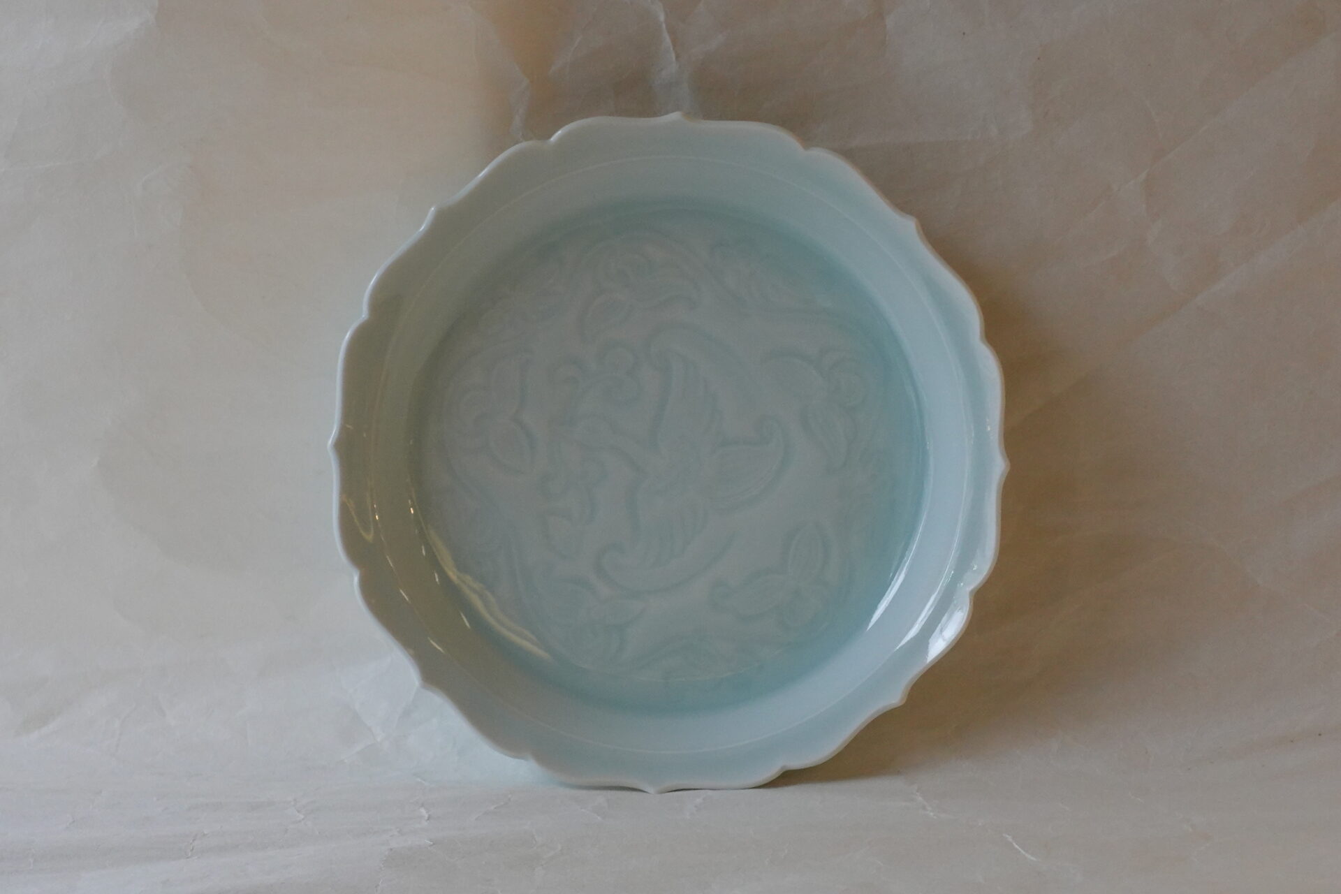 陶磁器 美濃焼 青白磁 ７寸皿 人間国宝 塚本快示 快山窯 品がある きれい 素晴らしい 有名 透明感 美しい 気品 彫紋 瑞鳥 吉兆を象徴 唐草 縁起がいい 繁栄 末永く続く 家運興隆 子孫繁栄 輪花 盛りやすい 使いやすい 流麗な文様 高い技術 美の極致 美濃焼 鉄瓶 陶器 漆 漆器 有田焼 金継ぎ 焼き物 食器 陶磁器 伝統工芸品 茶碗 工芸品 九谷焼 南部鉄器 陶芸 陶器市 岐阜 焼き物 磁器 瀬戸物 岐阜県 岐阜市 美殿町６−番地 小林漆陶 漆塗り器 織部焼 小林漆器 箸 金継ぎ お香 食器 茶道具 陶器 美濃焼専門店 お皿 ceramics ih pottery うつわ うつわ屋 お皿屋さん お茶 お茶碗 お箸 かまど この辺に陶器屋さんってあります とうきいち やきもの ガラス工房 ギフト　ギフトショップ マグカップ モダン焼物 レンジできる陶器 切子 南部鉄器 どこ　岐阜市南部鉄器販売店 南部鉄器購入 岐阜県器屋 土鍋 岐阜小洒落たお皿 お椀が出る店 器 塗り物 漆塗り 陶器屋さん 食器屋さん お椀 ひのき 岐阜城周辺茶道具 販売陶器 販売陶器屋さん 陶器店 漆器店 岐阜有名な器屋さん 岐阜県食器売ってるところ 岐阜駅 陶器工芸品店 徳利 売ってる店 急須販売 扇子 抹茶 掛け軸 修復 日本陶瓷 漆器 木の食器 樺細工 江戸切子 食器 漆の器 漆器 うるし 漆器店 漆塗 漆椀 火鉢 灰 美殿町商店街 美濃焼ショップ 岐阜市 湯呑み お店 付近 美濃焼き専門店 美濃焼販売 花瓶 茶器 オンライン輪島塗 なつめ 店近くのガラス屋さん 近くの陶器屋さん 酒器 ガラス 金継ぎ依頼 岐阜鉄器鉄瓶 取扱店 Japanese 陶器 修理 陶器専門店 陶器小売店 岐阜陶器屋 陶器店 陶磁器 陶磁器専門店 陶芸家 おすすめ お店 岐阜食洗機対応 漆椀 Gifu JapanesetablewareJapanesecrafts Japaneseceramics Japanesepottery Handcrafted TraditionalCrafts Japaneseculture Traditionalart Japaneseteautensils TeaCeremony Japaneselacquerware インテリア 一輪挿し 入れ物 陶芸 陶芸皿 陶器いろいろ 陶器店 絵皿 絵柄 オンラインショップ 置物 おひつ オーブントースター 置物スタイリッシュ お皿 オブジェ 置物かわいい お皿陶磁器 お椀陶器 陶器欠損補修 花瓶 貫入 傘立て 陶器花 カップ 花 陶磁器 陶器金継ぎ キャニスター 器 急須 京都 金彩 九州 急須 陶芸食器 コーヒーカップ コップ 小物入れ 皿 ごはん鍋 食洗機 修理 食器 修理金継ぎ 陶器販売 瀬戸物 染付 タンブラー 耐熱陶器 茶碗 近くの陶器店 通販 土物 通販 手作り陶器 陶磁器 鍋 棗 お茶道具セット 近くの茶道具店 荒目板 茶道具の扱い方 一閑茶張り 茶道具一式 糸巻棚 裏千家入門セット 薄板 歌花筒 茶道具通販 裏千家 円座 干支扇子 オンラインショップ 茶道具オンライン 茶道稽古セット 表千家茶道具 お抹茶セット 釜 かいし 懐紙 菓子器 懐紙入れ 皆具 官休庵 黒文字 桑小卓 黒茶碗 黒柿 建水 結界 携帯用茶道具 稽古用茶道具 香合 香炉 茶通箱 初心者セット 仕覆 茶道具収納箱 敷板 杓立て すいはつ 数寄屋袋 透木釜 数茶碗 炭斗 水滴 すいはつ 茶道具専門店