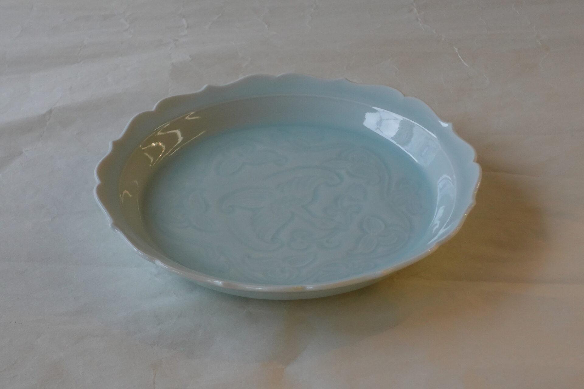 陶磁器 美濃焼 青白磁 ７寸皿 人間国宝 塚本快示 快山窯 品がある きれい 素晴らしい 有名 透明感 美しい 気品 彫紋 瑞鳥 吉兆を象徴 唐草 縁起がいい 繁栄 末永く続く 家運興隆 子孫繁栄 輪花 盛りやすい 使いやすい 流麗な文様 高い技術 美の極致 美濃焼 鉄瓶 陶器 漆 漆器 有田焼 金継ぎ 焼き物 食器 陶磁器 伝統工芸品 茶碗 工芸品 九谷焼 南部鉄器 陶芸 陶器市 岐阜 焼き物 磁器 瀬戸物 岐阜県 岐阜市 美殿町６−番地 小林漆陶 漆塗り器 織部焼 小林漆器 箸 金継ぎ お香 食器 茶道具 陶器 美濃焼専門店 お皿 ceramics ih pottery うつわ うつわ屋 お皿屋さん お茶 お茶碗 お箸 かまど この辺に陶器屋さんってあります とうきいち やきもの ガラス工房 ギフト　ギフトショップ マグカップ モダン焼物 レンジできる陶器 切子 南部鉄器 どこ　岐阜市南部鉄器販売店 南部鉄器購入 岐阜県器屋 土鍋 岐阜小洒落たお皿 お椀が出る店 器 塗り物 漆塗り 陶器屋さん 食器屋さん お椀 ひのき 岐阜城周辺茶道具 販売陶器 販売陶器屋さん 陶器店 漆器店 岐阜有名な器屋さん 岐阜県食器売ってるところ 岐阜駅 陶器工芸品店 徳利 売ってる店 急須販売 扇子 抹茶 掛け軸 修復 日本陶瓷 漆器 木の食器 樺細工 江戸切子 食器 漆の器 漆器 うるし 漆器店 漆塗 漆椀 火鉢 灰 美殿町商店街 美濃焼ショップ 岐阜市 湯呑み お店 付近 美濃焼き専門店 美濃焼販売 花瓶 茶器 オンライン輪島塗 なつめ 店近くのガラス屋さん 近くの陶器屋さん 酒器 ガラス 金継ぎ依頼 岐阜鉄器鉄瓶 取扱店 Japanese 陶器 修理 陶器専門店 陶器小売店 岐阜陶器屋 陶器店 陶磁器 陶磁器専門店 陶芸家 おすすめ お店 岐阜食洗機対応 漆椀 Gifu JapanesetablewareJapanesecrafts Japaneseceramics Japanesepottery Handcrafted TraditionalCrafts Japaneseculture Traditionalart Japaneseteautensils TeaCeremony Japaneselacquerware インテリア 一輪挿し 入れ物 陶芸 陶芸皿 陶器いろいろ 陶器店 絵皿 絵柄 オンラインショップ 置物 おひつ オーブントースター 置物スタイリッシュ お皿 オブジェ 置物かわいい お皿陶磁器 お椀陶器 陶器欠損補修 花瓶 貫入 傘立て 陶器花 カップ 花 陶磁器 陶器金継ぎ キャニスター 器 急須 京都 金彩 九州 急須 陶芸食器 コーヒーカップ コップ 小物入れ 皿 ごはん鍋 食洗機 修理 食器 修理金継ぎ 陶器販売 瀬戸物 染付 タンブラー 耐熱陶器 茶碗 近くの陶器店 通販 土物 通販 手作り陶器 陶磁器 鍋 棗 お茶道具セット 近くの茶道具店 荒目板 茶道具の扱い方 一閑茶張り 茶道具一式 糸巻棚 裏千家入門セット 薄板 歌花筒 茶道具通販 裏千家 円座 干支扇子 オンラインショップ 茶道具オンライン 茶道稽古セット 表千家茶道具 お抹茶セット 釜 かいし 懐紙 菓子器 懐紙入れ 皆具 官休庵 黒文字 桑小卓 黒茶碗 黒柿 建水 結界 携帯用茶道具 稽古用茶道具 香合 香炉 茶通箱 初心者セット 仕覆 茶道具収納箱 敷板 杓立て すいはつ 数寄屋袋 透木釜 数茶碗 炭斗 水滴 すいはつ 茶道具専門店